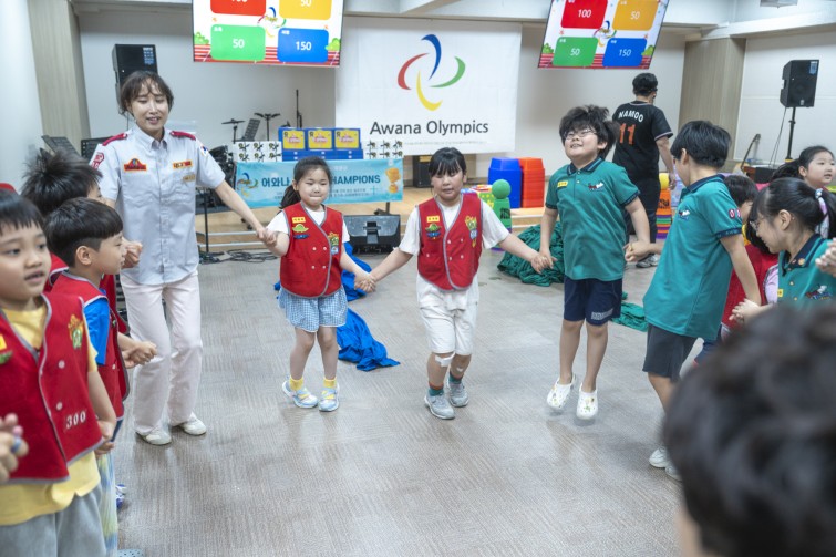 YTo1ODp7czo4OiJGaWxlTmFtZSI7czo0MDoiNzc0MmI2MjgtYTRmOC00MjRlLWFmNTEtMTIwNTViZWQ0NzM1LmpwZyI7czoxMjoiRmlsZURhdGVUaW1lIjtpOjE3NTA0ODMyMjU7czo4OiJGaWxlU2l6ZSI7aToxNjM4NTczO3M6ODoiRmlsZVR5cGUiO2k6MjtzOjg6Ik1pbWVUeXBlIjtzOjEwOiJpbWFnZS9qcGVnIjtzOjEzOiJTZWN0aW9uc0ZvdW5kIjtzOjMwOiJBTllfVEFHLCBJRkQwLCBUSFVNQk5BSUwsIEVYSUYiO3M6ODoiQ09NUFVURUQiO2E6OTp7czo0OiJodG1sIjtzOjI2OiJ3aWR0aD0iMTc1MiIgaGVpZ2h0PSIxMTY4IiI7czo2OiJIZWlnaHQiO2k6MTE2ODtzOjU6IldpZHRoIjtpOjE3NTI7czo3OiJJc0NvbG9yIjtpOjE7czoxNzoiQnl0ZU9yZGVyTW90b3JvbGEiO2k6MDtzOjE1OiJBcGVydHVyZUZOdW1iZXIiO3M6NToiZi8yLjgiO3M6OToiQ29weXJpZ2h0IjtzOjQ6IllBQkMiO3M6MTg6IlRodW1ibmFpbC5GaWxlVHlwZSI7aToyO3M6MTg6IlRodW1ibmFpbC5NaW1lVHlwZSI7czoxMDoiaW1hZ2UvanBlZyI7fXM6NDoiTWFrZSI7czo0OiJTT05ZIjtzOjU6Ik1vZGVsIjtzOjg6IklMQ0UtN000IjtzOjExOiJYUmVzb2x1dGlvbiI7czo1OiIyNDAvMSI7czoxMToiWVJlc29sdXRpb24iO3M6NToiMjQwLzEiO3M6MTQ6IlJlc29sdXRpb25Vbml0IjtpOjI7czo4OiJTb2Z0d2FyZSI7czo1MjoiQWRvYmUgUGhvdG9zaG9wIExpZ2h0cm9vbSBDbGFzc2ljIDE0LjMuMSAoTWFjaW50b3NoKSI7czo4OiJEYXRlVGltZSI7czoxOToiMjAyNTowNjoyMSAxNDoxNDowNyI7czo2OiJBcnRpc3QiO3M6NzoiWUFCQ19TRyI7czo5OiJDb3B5cmlnaHQiO3M6NDoiWUFCQyI7czoxNjoiRXhpZl9JRkRfUG9pbnRlciI7aToyNTQ7czo5OiJUSFVNQk5BSUwiO2E6Njp7czoxMToiQ29tcHJlc3Npb24iO2k6NjtzOjExOiJYUmVzb2x1dGlvbiI7czo0OiI3Mi8xIjtzOjExOiJZUmVzb2x1dGlvbiI7czo0OiI3Mi8xIjtzOjE0OiJSZXNvbHV0aW9uVW5pdCI7aToyO3M6MjE6IkpQRUdJbnRlcmNoYW5nZUZvcm1hdCI7aToxMDQwO3M6Mjc6IkpQRUdJbnRlcmNoYW5nZUZvcm1hdExlbmd0aCI7aToxOTExMTt9czoxMjoiRXhwb3N1cmVUaW1lIjtzOjU6IjEvMTYwIjtzOjc6IkZOdW1iZXIiO3M6NToiMjgvMTAiO3M6MTU6IkV4cG9zdXJlUHJvZ3JhbSI7aToxO3M6MTU6IklTT1NwZWVkUmF0aW5ncyI7aTo0MDA7czoxOToiVW5kZWZpbmVkVGFnOjB4ODgzMCI7aToyO3M6MTk6IlVuZGVmaW5lZFRhZzoweDg4MzIiO2k6NDAwO3M6MTE6IkV4aWZWZXJzaW9uIjtzOjQ6IjAyMzIiO3M6MTY6IkRhdGVUaW1lT3JpZ2luYWwiO3M6MTk6IjIwMjU6MDY6MjEgMDk6NTk6NDMiO3M6MTc6IkRhdGVUaW1lRGlnaXRpemVkIjtzOjE5OiIyMDI1OjA2OjIxIDA5OjU5OjQzIjtzOjE5OiJVbmRlZmluZWRUYWc6MHg5MDEwIjtzOjY6IiswOTowMCI7czoxOToiVW5kZWZpbmVkVGFnOjB4OTAxMSI7czo2OiIrMDk6MDAiO3M6MTk6IlVuZGVmaW5lZFRhZzoweDkwMTIiO3M6NjoiKzA5OjAwIjtzOjE3OiJTaHV0dGVyU3BlZWRWYWx1ZSI7czoxNToiNzMyMTkyOC8xMDAwMDAwIjtzOjEzOiJBcGVydHVyZVZhbHVlIjtzOjE1OiIyOTcwODU0LzEwMDAwMDAiO3M6MTU6IkJyaWdodG5lc3NWYWx1ZSI7czo5OiI2MTY0LzI1NjAiO3M6MTc6IkV4cG9zdXJlQmlhc1ZhbHVlIjtzOjQ6IjAvMTAiO3M6MTY6Ik1heEFwZXJ0dXJlVmFsdWUiO3M6NzoiNzYwLzI1NiI7czoxMjoiTWV0ZXJpbmdNb2RlIjtpOjU7czoxMToiTGlnaHRTb3VyY2UiO2k6MDtzOjU6IkZsYXNoIjtpOjEzO3M6MTE6IkZvY2FsTGVuZ3RoIjtzOjY6IjMxMC8xMCI7czoxODoiU3ViU2VjVGltZU9yaWdpbmFsIjtzOjM6IjM4OCI7czoxOToiU3ViU2VjVGltZURpZ2l0aXplZCI7czozOiIzODgiO3M6MTA6IkNvbG9yU3BhY2UiO2k6NjU1MzU7czoyMToiRm9jYWxQbGFuZVhSZXNvbHV0aW9uIjtzOjE0OiI2NDQ0OTMzOS8zMjc2OCI7czoyMToiRm9jYWxQbGFuZVlSZXNvbHV0aW9uIjtzOjE0OiI2NDQ0OTMzOS8zMjc2OCI7czoyNDoiRm9jYWxQbGFuZVJlc29sdXRpb25Vbml0IjtpOjM7czoxMDoiRmlsZVNvdXJjZSI7czoxOiIDIjtzOjk6IlNjZW5lVHlwZSI7czoxOiIBIjtzOjE0OiJDdXN0b21SZW5kZXJlZCI7aTowO3M6MTI6IkV4cG9zdXJlTW9kZSI7aToxO3M6MTI6IldoaXRlQmFsYW5jZSI7aToxO3M6MTY6IkRpZ2l0YWxab29tUmF0aW8iO3M6NToiMTYvMTYiO3M6MjE6IkZvY2FsTGVuZ3RoSW4zNW1tRmlsbSI7aTozMTtzOjE2OiJTY2VuZUNhcHR1cmVUeXBlIjtpOjA7czo4OiJDb250cmFzdCI7aTowO3M6MTA6IlNhdHVyYXRpb24iO2k6MDtzOjk6IlNoYXJwbmVzcyI7aTowO3M6MTk6IlVuZGVmaW5lZFRhZzoweEE0MzIiO2E6NDp7aTowO3M6NjoiMjQwLzEwIjtpOjE7czo2OiI3MDAvMTAiO2k6MjtzOjU6IjI4LzEwIjtpOjM7czo1OiIyOC8xMCI7fXM6MTk6IlVuZGVmaW5lZFRhZzoweEE0MzQiO3M6MjE6IkZFIDI0LTcwbW0gRjIuOCBHTSBJSSI7fQ==