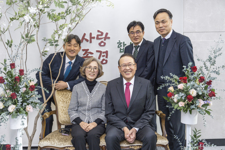 YTo1ODp7czo4OiJGaWxlTmFtZSI7czo0MDoiN2I0OTU5YjMtZDY1Yy00ODMyLWEyMTMtNTU4NWRiMjI0YzZhLmpwZyI7czoxMjoiRmlsZURhdGVUaW1lIjtpOjE3MzMzODYwOTE7czo4OiJGaWxlU2l6ZSI7aToyNDM3MjIwO3M6ODoiRmlsZVR5cGUiO2k6MjtzOjg6Ik1pbWVUeXBlIjtzOjEwOiJpbWFnZS9qcGVnIjtzOjEzOiJTZWN0aW9uc0ZvdW5kIjtzOjMwOiJBTllfVEFHLCBJRkQwLCBUSFVNQk5BSUwsIEVYSUYiO3M6ODoiQ09NUFVURUQiO2E6OTp7czo0OiJodG1sIjtzOjI2OiJ3aWR0aD0iMTc0MSIgaGVpZ2h0PSIxMTYxIiI7czo2OiJIZWlnaHQiO2k6MTE2MTtzOjU6IldpZHRoIjtpOjE3NDE7czo3OiJJc0NvbG9yIjtpOjE7czoxNzoiQnl0ZU9yZGVyTW90b3JvbGEiO2k6MDtzOjE1OiJBcGVydHVyZUZOdW1iZXIiO3M6NToiZi8yLjgiO3M6OToiQ29weXJpZ2h0IjtzOjQ6IllBQkMiO3M6MTg6IlRodW1ibmFpbC5GaWxlVHlwZSI7aToyO3M6MTg6IlRodW1ibmFpbC5NaW1lVHlwZSI7czoxMDoiaW1hZ2UvanBlZyI7fXM6NDoiTWFrZSI7czo0OiJTT05ZIjtzOjU6Ik1vZGVsIjtzOjg6IklMQ0UtN000IjtzOjExOiJYUmVzb2x1dGlvbiI7czo1OiIyNDAvMSI7czoxMToiWVJlc29sdXRpb24iO3M6NToiMjQwLzEiO3M6MTQ6IlJlc29sdXRpb25Vbml0IjtpOjI7czo4OiJTb2Z0d2FyZSI7czo1MjoiQWRvYmUgUGhvdG9zaG9wIExpZ2h0cm9vbSBDbGFzc2ljIDE0LjAuMSAoTWFjaW50b3NoKSI7czo4OiJEYXRlVGltZSI7czoxOToiMjAyNDoxMjowNSAxNzowNjowMiI7czo2OiJBcnRpc3QiO3M6NzoiWUFCQ19TRyI7czo5OiJDb3B5cmlnaHQiO3M6NDoiWUFCQyI7czoxNjoiRXhpZl9JRkRfUG9pbnRlciI7aToyNTQ7czo5OiJUSFVNQk5BSUwiO2E6Njp7czoxMToiQ29tcHJlc3Npb24iO2k6NjtzOjExOiJYUmVzb2x1dGlvbiI7czo0OiI3Mi8xIjtzOjExOiJZUmVzb2x1dGlvbiI7czo0OiI3Mi8xIjtzOjE0OiJSZXNvbHV0aW9uVW5pdCI7aToyO3M6MjE6IkpQRUdJbnRlcmNoYW5nZUZvcm1hdCI7aToxMDQwO3M6Mjc6IkpQRUdJbnRlcmNoYW5nZUZvcm1hdExlbmd0aCI7aToxOTY1MTt9czoxMjoiRXhwb3N1cmVUaW1lIjtzOjU6IjEvMjUwIjtzOjc6IkZOdW1iZXIiO3M6NToiMjgvMTAiO3M6MTU6IkV4cG9zdXJlUHJvZ3JhbSI7aToxO3M6MTU6IklTT1NwZWVkUmF0aW5ncyI7aTo0MDA7czoxOToiVW5kZWZpbmVkVGFnOjB4ODgzMCI7aToyO3M6MTk6IlVuZGVmaW5lZFRhZzoweDg4MzIiO2k6NDAwO3M6MTE6IkV4aWZWZXJzaW9uIjtzOjQ6IjAyMzIiO3M6MTY6IkRhdGVUaW1lT3JpZ2luYWwiO3M6MTk6IjIwMjQ6MTI6MDEgMTE6MjA6MjMiO3M6MTc6IkRhdGVUaW1lRGlnaXRpemVkIjtzOjE5OiIyMDI0OjEyOjAxIDExOjIwOjIzIjtzOjE5OiJVbmRlZmluZWRUYWc6MHg5MDEwIjtzOjY6IiswOTowMCI7czoxOToiVW5kZWZpbmVkVGFnOjB4OTAxMSI7czo2OiIrMDk6MDAiO3M6MTk6IlVuZGVmaW5lZFRhZzoweDkwMTIiO3M6NjoiKzA5OjAwIjtzOjE3OiJTaHV0dGVyU3BlZWRWYWx1ZSI7czoxNToiNzk2NTc4NC8xMDAwMDAwIjtzOjEzOiJBcGVydHVyZVZhbHVlIjtzOjE1OiIyOTcwODU0LzEwMDAwMDAiO3M6MTU6IkJyaWdodG5lc3NWYWx1ZSI7czo5OiI1NDQ0LzI1NjAiO3M6MTc6IkV4cG9zdXJlQmlhc1ZhbHVlIjtzOjQ6IjAvMTAiO3M6MTY6Ik1heEFwZXJ0dXJlVmFsdWUiO3M6NzoiNzYwLzI1NiI7czoxMjoiTWV0ZXJpbmdNb2RlIjtpOjI1NTtzOjExOiJMaWdodFNvdXJjZSI7aTowO3M6NToiRmxhc2giO2k6MTM7czoxMToiRm9jYWxMZW5ndGgiO3M6NjoiNDAwLzEwIjtzOjE4OiJTdWJTZWNUaW1lT3JpZ2luYWwiO3M6MzoiNjg2IjtzOjE5OiJTdWJTZWNUaW1lRGlnaXRpemVkIjtzOjM6IjY4NiI7czoxMDoiQ29sb3JTcGFjZSI7aTo2NTUzNTtzOjIxOiJGb2NhbFBsYW5lWFJlc29sdXRpb24iO3M6MTQ6IjY0NDQ5MzM5LzMyNzY4IjtzOjIxOiJGb2NhbFBsYW5lWVJlc29sdXRpb24iO3M6MTQ6IjY0NDQ5MzM5LzMyNzY4IjtzOjI0OiJGb2NhbFBsYW5lUmVzb2x1dGlvblVuaXQiO2k6MztzOjEwOiJGaWxlU291cmNlIjtzOjE6IgMiO3M6OToiU2NlbmVUeXBlIjtzOjE6IgEiO3M6MTQ6IkN1c3RvbVJlbmRlcmVkIjtpOjA7czoxMjoiRXhwb3N1cmVNb2RlIjtpOjE7czoxMjoiV2hpdGVCYWxhbmNlIjtpOjA7czoxNjoiRGlnaXRhbFpvb21SYXRpbyI7czo1OiIxNi8xNiI7czoyMToiRm9jYWxMZW5ndGhJbjM1bW1GaWxtIjtpOjQwO3M6MTY6IlNjZW5lQ2FwdHVyZVR5cGUiO2k6MDtzOjg6IkNvbnRyYXN0IjtpOjA7czoxMDoiU2F0dXJhdGlvbiI7aTowO3M6OToiU2hhcnBuZXNzIjtpOjA7czoxOToiVW5kZWZpbmVkVGFnOjB4QTQzMiI7YTo0OntpOjA7czo2OiIyNDAvMTAiO2k6MTtzOjY6IjcwMC8xMCI7aToyO3M6NToiMjgvMTAiO2k6MztzOjU6IjI4LzEwIjt9czoxOToiVW5kZWZpbmVkVGFnOjB4QTQzNCI7czoyMToiRkUgMjQtNzBtbSBGMi44IEdNIElJIjt9