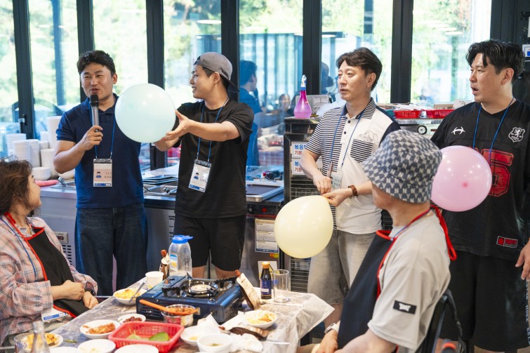 YTo1ODp7czo4OiJGaWxlTmFtZSI7czo0MDoiN2Q4OGVhMzMtNTEzYy00MDI5LTgxMTctMmNlMjM0MDU2NmRlLmpwZyI7czoxMjoiRmlsZURhdGVUaW1lIjtpOjE3NTcyMjM3MTI7czo4OiJGaWxlU2l6ZSI7aToxNjQ2NjU0O3M6ODoiRmlsZVR5cGUiO2k6MjtzOjg6Ik1pbWVUeXBlIjtzOjEwOiJpbWFnZS9qcGVnIjtzOjEzOiJTZWN0aW9uc0ZvdW5kIjtzOjMwOiJBTllfVEFHLCBJRkQwLCBUSFVNQk5BSUwsIEVYSUYiO3M6ODoiQ09NUFVURUQiO2E6OTp7czo0OiJodG1sIjtzOjI2OiJ3aWR0aD0iMTc1MiIgaGVpZ2h0PSIxMTY4IiI7czo2OiJIZWlnaHQiO2k6MTE2ODtzOjU6IldpZHRoIjtpOjE3NTI7czo3OiJJc0NvbG9yIjtpOjE7czoxNzoiQnl0ZU9yZGVyTW90b3JvbGEiO2k6MDtzOjE1OiJBcGVydHVyZUZOdW1iZXIiO3M6NToiZi8yLjgiO3M6OToiQ29weXJpZ2h0IjtzOjQ6IllBQkMiO3M6MTg6IlRodW1ibmFpbC5GaWxlVHlwZSI7aToyO3M6MTg6IlRodW1ibmFpbC5NaW1lVHlwZSI7czoxMDoiaW1hZ2UvanBlZyI7fXM6NDoiTWFrZSI7czo0OiJTT05ZIjtzOjU6Ik1vZGVsIjtzOjg6IklMQ0UtN000IjtzOjExOiJYUmVzb2x1dGlvbiI7czo1OiIyNDAvMSI7czoxMToiWVJlc29sdXRpb24iO3M6NToiMjQwLzEiO3M6MTQ6IlJlc29sdXRpb25Vbml0IjtpOjI7czo4OiJTb2Z0d2FyZSI7czo1MjoiQWRvYmUgUGhvdG9zaG9wIExpZ2h0cm9vbSBDbGFzc2ljIDE0LjUuMSAoTWFjaW50b3NoKSI7czo4OiJEYXRlVGltZSI7czoxOToiMjAyNTowOTowNyAxNDo0MDowNiI7czo2OiJBcnRpc3QiO3M6NzoiWUFCQ19TRyI7czo5OiJDb3B5cmlnaHQiO3M6NDoiWUFCQyI7czoxNjoiRXhpZl9JRkRfUG9pbnRlciI7aToyNTQ7czo5OiJUSFVNQk5BSUwiO2E6Njp7czoxMToiQ29tcHJlc3Npb24iO2k6NjtzOjExOiJYUmVzb2x1dGlvbiI7czo0OiI3Mi8xIjtzOjExOiJZUmVzb2x1dGlvbiI7czo0OiI3Mi8xIjtzOjE0OiJSZXNvbHV0aW9uVW5pdCI7aToyO3M6MjE6IkpQRUdJbnRlcmNoYW5nZUZvcm1hdCI7aToxMDQwO3M6Mjc6IkpQRUdJbnRlcmNoYW5nZUZvcm1hdExlbmd0aCI7aToyMzQ5Mzt9czoxMjoiRXhwb3N1cmVUaW1lIjtzOjU6IjEvMjUwIjtzOjc6IkZOdW1iZXIiO3M6NToiMjgvMTAiO3M6MTU6IkV4cG9zdXJlUHJvZ3JhbSI7aToxO3M6MTU6IklTT1NwZWVkUmF0aW5ncyI7aTo2NDA7czoxOToiVW5kZWZpbmVkVGFnOjB4ODgzMCI7aToyO3M6MTk6IlVuZGVmaW5lZFRhZzoweDg4MzIiO2k6NjQwO3M6MTE6IkV4aWZWZXJzaW9uIjtzOjQ6IjAyMzIiO3M6MTY6IkRhdGVUaW1lT3JpZ2luYWwiO3M6MTk6IjIwMjU6MDk6MDYgMTc6MjQ6MzgiO3M6MTc6IkRhdGVUaW1lRGlnaXRpemVkIjtzOjE5OiIyMDI1OjA5OjA2IDE3OjI0OjM4IjtzOjE5OiJVbmRlZmluZWRUYWc6MHg5MDEwIjtzOjY6IiswOTowMCI7czoxOToiVW5kZWZpbmVkVGFnOjB4OTAxMSI7czo2OiIrMDk6MDAiO3M6MTk6IlVuZGVmaW5lZFRhZzoweDkwMTIiO3M6NjoiKzA5OjAwIjtzOjE3OiJTaHV0dGVyU3BlZWRWYWx1ZSI7czoxNToiNzk2NTc4NC8xMDAwMDAwIjtzOjEzOiJBcGVydHVyZVZhbHVlIjtzOjE1OiIyOTcwODU0LzEwMDAwMDAiO3M6MTU6IkJyaWdodG5lc3NWYWx1ZSI7czo5OiI1MzE0LzI1NjAiO3M6MTc6IkV4cG9zdXJlQmlhc1ZhbHVlIjtzOjQ6IjAvMTAiO3M6MTY6Ik1heEFwZXJ0dXJlVmFsdWUiO3M6NzoiNzYwLzI1NiI7czoxMjoiTWV0ZXJpbmdNb2RlIjtpOjU7czoxMToiTGlnaHRTb3VyY2UiO2k6MDtzOjU6IkZsYXNoIjtpOjEzO3M6MTE6IkZvY2FsTGVuZ3RoIjtzOjY6IjQzMC8xMCI7czoxODoiU3ViU2VjVGltZU9yaWdpbmFsIjtzOjM6IjMzNSI7czoxOToiU3ViU2VjVGltZURpZ2l0aXplZCI7czozOiIzMzUiO3M6MTA6IkNvbG9yU3BhY2UiO2k6NjU1MzU7czoyMToiRm9jYWxQbGFuZVhSZXNvbHV0aW9uIjtzOjE0OiI2NDQ0OTMzOS8zMjc2OCI7czoyMToiRm9jYWxQbGFuZVlSZXNvbHV0aW9uIjtzOjE0OiI2NDQ0OTMzOS8zMjc2OCI7czoyNDoiRm9jYWxQbGFuZVJlc29sdXRpb25Vbml0IjtpOjM7czoxMDoiRmlsZVNvdXJjZSI7czoxOiIDIjtzOjk6IlNjZW5lVHlwZSI7czoxOiIBIjtzOjE0OiJDdXN0b21SZW5kZXJlZCI7aTowO3M6MTI6IkV4cG9zdXJlTW9kZSI7aToxO3M6MTI6IldoaXRlQmFsYW5jZSI7aToxO3M6MTY6IkRpZ2l0YWxab29tUmF0aW8iO3M6NToiMTYvMTYiO3M6MjE6IkZvY2FsTGVuZ3RoSW4zNW1tRmlsbSI7aTo0MztzOjE2OiJTY2VuZUNhcHR1cmVUeXBlIjtpOjA7czo4OiJDb250cmFzdCI7aTowO3M6MTA6IlNhdHVyYXRpb24iO2k6MDtzOjk6IlNoYXJwbmVzcyI7aTowO3M6MTk6IlVuZGVmaW5lZFRhZzoweEE0MzIiO2E6NDp7aTowO3M6NjoiMjQwLzEwIjtpOjE7czo2OiI3MDAvMTAiO2k6MjtzOjU6IjI4LzEwIjtpOjM7czo1OiIyOC8xMCI7fXM6MTk6IlVuZGVmaW5lZFRhZzoweEE0MzQiO3M6MjE6IkZFIDI0LTcwbW0gRjIuOCBHTSBJSSI7fQ==