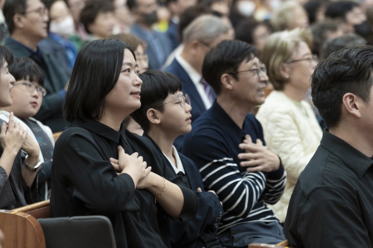 YTo1ODp7czo4OiJGaWxlTmFtZSI7czo0MDoiN2YzZTcwZWUtZmM4YS00NzdkLWI5ZDEtMTI2OTg4MzBhYTliLmpwZyI7czoxMjoiRmlsZURhdGVUaW1lIjtpOjE3NDYxODYxMTE7czo4OiJGaWxlU2l6ZSI7aToxMjMxMDI0O3M6ODoiRmlsZVR5cGUiO2k6MjtzOjg6Ik1pbWVUeXBlIjtzOjEwOiJpbWFnZS9qcGVnIjtzOjEzOiJTZWN0aW9uc0ZvdW5kIjtzOjMwOiJBTllfVEFHLCBJRkQwLCBUSFVNQk5BSUwsIEVYSUYiO3M6ODoiQ09NUFVURUQiO2E6OTp7czo0OiJodG1sIjtzOjI2OiJ3aWR0aD0iMTc1MiIgaGVpZ2h0PSIxMTY4IiI7czo2OiJIZWlnaHQiO2k6MTE2ODtzOjU6IldpZHRoIjtpOjE3NTI7czo3OiJJc0NvbG9yIjtpOjE7czoxNzoiQnl0ZU9yZGVyTW90b3JvbGEiO2k6MDtzOjE1OiJBcGVydHVyZUZOdW1iZXIiO3M6NToiZi80LjAiO3M6OToiQ29weXJpZ2h0IjtzOjQ6IllBQkMiO3M6MTg6IlRodW1ibmFpbC5GaWxlVHlwZSI7aToyO3M6MTg6IlRodW1ibmFpbC5NaW1lVHlwZSI7czoxMDoiaW1hZ2UvanBlZyI7fXM6NDoiTWFrZSI7czo0OiJTT05ZIjtzOjU6Ik1vZGVsIjtzOjg6IklMQ0UtN000IjtzOjExOiJYUmVzb2x1dGlvbiI7czo1OiIyNDAvMSI7czoxMToiWVJlc29sdXRpb24iO3M6NToiMjQwLzEiO3M6MTQ6IlJlc29sdXRpb25Vbml0IjtpOjI7czo4OiJTb2Z0d2FyZSI7czo1MDoiQWRvYmUgUGhvdG9zaG9wIExpZ2h0cm9vbSBDbGFzc2ljIDE0LjMgKE1hY2ludG9zaCkiO3M6ODoiRGF0ZVRpbWUiO3M6MTk6IjIwMjU6MDU6MDIgMjA6NDA6NTAiO3M6NjoiQXJ0aXN0IjtzOjc6IllBQkNfU0ciO3M6OToiQ29weXJpZ2h0IjtzOjQ6IllBQkMiO3M6MTY6IkV4aWZfSUZEX1BvaW50ZXIiO2k6MjUyO3M6OToiVEhVTUJOQUlMIjthOjY6e3M6MTE6IkNvbXByZXNzaW9uIjtpOjY7czoxMToiWFJlc29sdXRpb24iO3M6NDoiNzIvMSI7czoxMToiWVJlc29sdXRpb24iO3M6NDoiNzIvMSI7czoxNDoiUmVzb2x1dGlvblVuaXQiO2k6MjtzOjIxOiJKUEVHSW50ZXJjaGFuZ2VGb3JtYXQiO2k6MTAzODtzOjI3OiJKUEVHSW50ZXJjaGFuZ2VGb3JtYXRMZW5ndGgiO2k6MTYzMjI7fXM6MTI6IkV4cG9zdXJlVGltZSI7czo1OiIxLzEyNSI7czo3OiJGTnVtYmVyIjtzOjM6IjQvMSI7czoxNToiRXhwb3N1cmVQcm9ncmFtIjtpOjE7czoxNToiSVNPU3BlZWRSYXRpbmdzIjtpOjEwMDA7czoxOToiVW5kZWZpbmVkVGFnOjB4ODgzMCI7aToyO3M6MTk6IlVuZGVmaW5lZFRhZzoweDg4MzIiO2k6MTAwMDtzOjExOiJFeGlmVmVyc2lvbiI7czo0OiIwMjMyIjtzOjE2OiJEYXRlVGltZU9yaWdpbmFsIjtzOjE5OiIyMDI1OjA0OjI3IDExOjMyOjU5IjtzOjE3OiJEYXRlVGltZURpZ2l0aXplZCI7czoxOToiMjAyNTowNDoyNyAxMTozMjo1OSI7czoxOToiVW5kZWZpbmVkVGFnOjB4OTAxMCI7czo2OiIrMDk6MDAiO3M6MTk6IlVuZGVmaW5lZFRhZzoweDkwMTEiO3M6NjoiKzA5OjAwIjtzOjE5OiJVbmRlZmluZWRUYWc6MHg5MDEyIjtzOjY6IiswOTowMCI7czoxNzoiU2h1dHRlclNwZWVkVmFsdWUiO3M6MTU6IjY5NjU3ODQvMTAwMDAwMCI7czoxMzoiQXBlcnR1cmVWYWx1ZSI7czozOiI0LzEiO3M6MTU6IkJyaWdodG5lc3NWYWx1ZSI7czo5OiIxMTQ0LzI1NjAiO3M6MTc6IkV4cG9zdXJlQmlhc1ZhbHVlIjtzOjQ6IjAvMTAiO3M6MTY6Ik1heEFwZXJ0dXJlVmFsdWUiO3M6ODoiMTAyNC8yNTYiO3M6MTI6Ik1ldGVyaW5nTW9kZSI7aTo1O3M6MTE6IkxpZ2h0U291cmNlIjtpOjA7czo1OiJGbGFzaCI7aToxNjtzOjExOiJGb2NhbExlbmd0aCI7czo3OiIxNTQwLzEwIjtzOjE4OiJTdWJTZWNUaW1lT3JpZ2luYWwiO3M6MzoiNDAyIjtzOjE5OiJTdWJTZWNUaW1lRGlnaXRpemVkIjtzOjM6IjQwMiI7czoxMDoiQ29sb3JTcGFjZSI7aTo2NTUzNTtzOjIxOiJGb2NhbFBsYW5lWFJlc29sdXRpb24iO3M6MTQ6IjY0NDQ5MzM5LzMyNzY4IjtzOjIxOiJGb2NhbFBsYW5lWVJlc29sdXRpb24iO3M6MTQ6IjY0NDQ5MzM5LzMyNzY4IjtzOjI0OiJGb2NhbFBsYW5lUmVzb2x1dGlvblVuaXQiO2k6MztzOjEwOiJGaWxlU291cmNlIjtzOjE6IgMiO3M6OToiU2NlbmVUeXBlIjtzOjE6IgEiO3M6MTQ6IkN1c3RvbVJlbmRlcmVkIjtpOjA7czoxMjoiRXhwb3N1cmVNb2RlIjtpOjE7czoxMjoiV2hpdGVCYWxhbmNlIjtpOjA7czoxNjoiRGlnaXRhbFpvb21SYXRpbyI7czo1OiIxNi8xNiI7czoyMToiRm9jYWxMZW5ndGhJbjM1bW1GaWxtIjtpOjE1NDtzOjE2OiJTY2VuZUNhcHR1cmVUeXBlIjtpOjA7czo4OiJDb250cmFzdCI7aTowO3M6MTA6IlNhdHVyYXRpb24iO2k6MDtzOjk6IlNoYXJwbmVzcyI7aTowO3M6MTk6IlVuZGVmaW5lZFRhZzoweEE0MzIiO2E6NDp7aTowO3M6NjoiNzAwLzEwIjtpOjE7czo3OiIyMDAwLzEwIjtpOjI7czo1OiI0MC8xMCI7aTozO3M6NToiNDAvMTAiO31zOjE5OiJVbmRlZmluZWRUYWc6MHhBNDM0IjtzOjIwOiJGRSA3MC0yMDBtbSBGNCBHIE9TUyI7fQ==