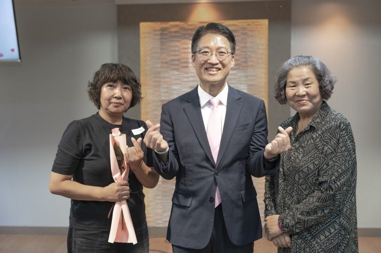 YTo1ODp7czo4OiJGaWxlTmFtZSI7czo0MDoiODAyMmI2MDYtNjNmZi00NjMxLTg5MzktZWRkMGI2NDM2YTc4LmpwZyI7czoxMjoiRmlsZURhdGVUaW1lIjtpOjE3NTkyOTgzMTM7czo4OiJGaWxlU2l6ZSI7aToxMjA5MDI3O3M6ODoiRmlsZVR5cGUiO2k6MjtzOjg6Ik1pbWVUeXBlIjtzOjEwOiJpbWFnZS9qcGVnIjtzOjEzOiJTZWN0aW9uc0ZvdW5kIjtzOjMwOiJBTllfVEFHLCBJRkQwLCBUSFVNQk5BSUwsIEVYSUYiO3M6ODoiQ09NUFVURUQiO2E6OTp7czo0OiJodG1sIjtzOjI2OiJ3aWR0aD0iMTc0MCIgaGVpZ2h0PSIxMTYwIiI7czo2OiJIZWlnaHQiO2k6MTE2MDtzOjU6IldpZHRoIjtpOjE3NDA7czo3OiJJc0NvbG9yIjtpOjE7czoxNzoiQnl0ZU9yZGVyTW90b3JvbGEiO2k6MDtzOjE1OiJBcGVydHVyZUZOdW1iZXIiO3M6NToiZi8yLjgiO3M6OToiQ29weXJpZ2h0IjtzOjQ6IllBQkMiO3M6MTg6IlRodW1ibmFpbC5GaWxlVHlwZSI7aToyO3M6MTg6IlRodW1ibmFpbC5NaW1lVHlwZSI7czoxMDoiaW1hZ2UvanBlZyI7fXM6NDoiTWFrZSI7czo0OiJTT05ZIjtzOjU6Ik1vZGVsIjtzOjg6IklMQ0UtN000IjtzOjExOiJYUmVzb2x1dGlvbiI7czo1OiIyNDAvMSI7czoxMToiWVJlc29sdXRpb24iO3M6NToiMjQwLzEiO3M6MTQ6IlJlc29sdXRpb25Vbml0IjtpOjI7czo4OiJTb2Z0d2FyZSI7czo1MjoiQWRvYmUgUGhvdG9zaG9wIExpZ2h0cm9vbSBDbGFzc2ljIDE0LjUuMSAoTWFjaW50b3NoKSI7czo4OiJEYXRlVGltZSI7czoxOToiMjAyNTowOTozMCAxMDoxNTo1OSI7czo2OiJBcnRpc3QiO3M6NzoiWUFCQ19TRyI7czo5OiJDb3B5cmlnaHQiO3M6NDoiWUFCQyI7czoxNjoiRXhpZl9JRkRfUG9pbnRlciI7aToyNTQ7czo5OiJUSFVNQk5BSUwiO2E6Njp7czoxMToiQ29tcHJlc3Npb24iO2k6NjtzOjExOiJYUmVzb2x1dGlvbiI7czo0OiI3Mi8xIjtzOjExOiJZUmVzb2x1dGlvbiI7czo0OiI3Mi8xIjtzOjE0OiJSZXNvbHV0aW9uVW5pdCI7aToyO3M6MjE6IkpQRUdJbnRlcmNoYW5nZUZvcm1hdCI7aToxMDQwO3M6Mjc6IkpQRUdJbnRlcmNoYW5nZUZvcm1hdExlbmd0aCI7aToxMzE0OTt9czoxMjoiRXhwb3N1cmVUaW1lIjtzOjQ6IjEvNjAiO3M6NzoiRk51bWJlciI7czo1OiIyOC8xMCI7czoxNToiRXhwb3N1cmVQcm9ncmFtIjtpOjE7czoxNToiSVNPU3BlZWRSYXRpbmdzIjtpOjI1MDtzOjE5OiJVbmRlZmluZWRUYWc6MHg4ODMwIjtpOjI7czoxOToiVW5kZWZpbmVkVGFnOjB4ODgzMiI7aToyNTA7czoxMToiRXhpZlZlcnNpb24iO3M6NDoiMDIzMiI7czoxNjoiRGF0ZVRpbWVPcmlnaW5hbCI7czoxOToiMjAyNTowOToyOCAxNDowNjo0OCI7czoxNzoiRGF0ZVRpbWVEaWdpdGl6ZWQiO3M6MTk6IjIwMjU6MDk6MjggMTQ6MDY6NDgiO3M6MTk6IlVuZGVmaW5lZFRhZzoweDkwMTAiO3M6NjoiKzA5OjAwIjtzOjE5OiJVbmRlZmluZWRUYWc6MHg5MDExIjtzOjY6IiswOTowMCI7czoxOToiVW5kZWZpbmVkVGFnOjB4OTAxMiI7czo2OiIrMDk6MDAiO3M6MTc6IlNodXR0ZXJTcGVlZFZhbHVlIjtzOjE1OiI1OTA2ODkxLzEwMDAwMDAiO3M6MTM6IkFwZXJ0dXJlVmFsdWUiO3M6MTU6IjI5NzA4NTQvMTAwMDAwMCI7czoxNToiQnJpZ2h0bmVzc1ZhbHVlIjtzOjk6IjU0MzQvMjU2MCI7czoxNzoiRXhwb3N1cmVCaWFzVmFsdWUiO3M6NDoiMC8xMCI7czoxNjoiTWF4QXBlcnR1cmVWYWx1ZSI7czo3OiI3NjAvMjU2IjtzOjEyOiJNZXRlcmluZ01vZGUiO2k6NTtzOjExOiJMaWdodFNvdXJjZSI7aToyNTU7czo1OiJGbGFzaCI7aToxMztzOjExOiJGb2NhbExlbmd0aCI7czo2OiI0MzAvMTAiO3M6MTg6IlN1YlNlY1RpbWVPcmlnaW5hbCI7czozOiI4NTMiO3M6MTk6IlN1YlNlY1RpbWVEaWdpdGl6ZWQiO3M6MzoiODUzIjtzOjEwOiJDb2xvclNwYWNlIjtpOjY1NTM1O3M6MjE6IkZvY2FsUGxhbmVYUmVzb2x1dGlvbiI7czoxNDoiNjQ0NDkzMzkvMzI3NjgiO3M6MjE6IkZvY2FsUGxhbmVZUmVzb2x1dGlvbiI7czoxNDoiNjQ0NDkzMzkvMzI3NjgiO3M6MjQ6IkZvY2FsUGxhbmVSZXNvbHV0aW9uVW5pdCI7aTozO3M6MTA6IkZpbGVTb3VyY2UiO3M6MToiAyI7czo5OiJTY2VuZVR5cGUiO3M6MToiASI7czoxNDoiQ3VzdG9tUmVuZGVyZWQiO2k6MDtzOjEyOiJFeHBvc3VyZU1vZGUiO2k6MTtzOjEyOiJXaGl0ZUJhbGFuY2UiO2k6MTtzOjE2OiJEaWdpdGFsWm9vbVJhdGlvIjtzOjU6IjE2LzE2IjtzOjIxOiJGb2NhbExlbmd0aEluMzVtbUZpbG0iO2k6NDM7czoxNjoiU2NlbmVDYXB0dXJlVHlwZSI7aTowO3M6ODoiQ29udHJhc3QiO2k6MDtzOjEwOiJTYXR1cmF0aW9uIjtpOjA7czo5OiJTaGFycG5lc3MiO2k6MDtzOjE5OiJVbmRlZmluZWRUYWc6MHhBNDMyIjthOjQ6e2k6MDtzOjY6IjI0MC8xMCI7aToxO3M6NjoiNzAwLzEwIjtpOjI7czo1OiIyOC8xMCI7aTozO3M6NToiMjgvMTAiO31zOjE5OiJVbmRlZmluZWRUYWc6MHhBNDM0IjtzOjIxOiJGRSAyNC03MG1tIEYyLjggR00gSUkiO30=