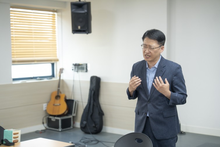 YTo1ODp7czo4OiJGaWxlTmFtZSI7czo0MDoiODhmZWUzNjEtZjZiNS00Y2RhLThhNzMtYjRhYWFiNTZmOWY4LmpwZyI7czoxMjoiRmlsZURhdGVUaW1lIjtpOjE3NDkzNjkwODc7czo4OiJGaWxlU2l6ZSI7aToxMDYxMzI4O3M6ODoiRmlsZVR5cGUiO2k6MjtzOjg6Ik1pbWVUeXBlIjtzOjEwOiJpbWFnZS9qcGVnIjtzOjEzOiJTZWN0aW9uc0ZvdW5kIjtzOjMwOiJBTllfVEFHLCBJRkQwLCBUSFVNQk5BSUwsIEVYSUYiO3M6ODoiQ09NUFVURUQiO2E6OTp7czo0OiJodG1sIjtzOjI2OiJ3aWR0aD0iMTc1MiIgaGVpZ2h0PSIxMTY4IiI7czo2OiJIZWlnaHQiO2k6MTE2ODtzOjU6IldpZHRoIjtpOjE3NTI7czo3OiJJc0NvbG9yIjtpOjE7czoxNzoiQnl0ZU9yZGVyTW90b3JvbGEiO2k6MDtzOjE1OiJBcGVydHVyZUZOdW1iZXIiO3M6NToiZi8yLjgiO3M6OToiQ29weXJpZ2h0IjtzOjQ6IllBQkMiO3M6MTg6IlRodW1ibmFpbC5GaWxlVHlwZSI7aToyO3M6MTg6IlRodW1ibmFpbC5NaW1lVHlwZSI7czoxMDoiaW1hZ2UvanBlZyI7fXM6NDoiTWFrZSI7czo0OiJTT05ZIjtzOjU6Ik1vZGVsIjtzOjg6IklMQ0UtN000IjtzOjExOiJYUmVzb2x1dGlvbiI7czo1OiIyNDAvMSI7czoxMToiWVJlc29sdXRpb24iO3M6NToiMjQwLzEiO3M6MTQ6IlJlc29sdXRpb25Vbml0IjtpOjI7czo4OiJTb2Z0d2FyZSI7czo1MjoiQWRvYmUgUGhvdG9zaG9wIExpZ2h0cm9vbSBDbGFzc2ljIDE0LjMuMSAoTWFjaW50b3NoKSI7czo4OiJEYXRlVGltZSI7czoxOToiMjAyNTowNjowOCAxNjoyMzoxNyI7czo2OiJBcnRpc3QiO3M6NzoiWUFCQ19TRyI7czo5OiJDb3B5cmlnaHQiO3M6NDoiWUFCQyI7czoxNjoiRXhpZl9JRkRfUG9pbnRlciI7aToyNTQ7czo5OiJUSFVNQk5BSUwiO2E6Njp7czoxMToiQ29tcHJlc3Npb24iO2k6NjtzOjExOiJYUmVzb2x1dGlvbiI7czo0OiI3Mi8xIjtzOjExOiJZUmVzb2x1dGlvbiI7czo0OiI3Mi8xIjtzOjE0OiJSZXNvbHV0aW9uVW5pdCI7aToyO3M6MjE6IkpQRUdJbnRlcmNoYW5nZUZvcm1hdCI7aToxMDQwO3M6Mjc6IkpQRUdJbnRlcmNoYW5nZUZvcm1hdExlbmd0aCI7aToxMDUxMDt9czoxMjoiRXhwb3N1cmVUaW1lIjtzOjQ6IjEvNjAiO3M6NzoiRk51bWJlciI7czo1OiIyOC8xMCI7czoxNToiRXhwb3N1cmVQcm9ncmFtIjtpOjE7czoxNToiSVNPU3BlZWRSYXRpbmdzIjtpOjE2MDtzOjE5OiJVbmRlZmluZWRUYWc6MHg4ODMwIjtpOjI7czoxOToiVW5kZWZpbmVkVGFnOjB4ODgzMiI7aToxNjA7czoxMToiRXhpZlZlcnNpb24iO3M6NDoiMDIzMiI7czoxNjoiRGF0ZVRpbWVPcmlnaW5hbCI7czoxOToiMjAyNTowNjowNCAxMjoyNzowMSI7czoxNzoiRGF0ZVRpbWVEaWdpdGl6ZWQiO3M6MTk6IjIwMjU6MDY6MDQgMTI6Mjc6MDEiO3M6MTk6IlVuZGVmaW5lZFRhZzoweDkwMTAiO3M6NjoiKzA5OjAwIjtzOjE5OiJVbmRlZmluZWRUYWc6MHg5MDExIjtzOjY6IiswOTowMCI7czoxOToiVW5kZWZpbmVkVGFnOjB4OTAxMiI7czo2OiIrMDk6MDAiO3M6MTc6IlNodXR0ZXJTcGVlZFZhbHVlIjtzOjE1OiI1OTA2ODkxLzEwMDAwMDAiO3M6MTM6IkFwZXJ0dXJlVmFsdWUiO3M6MTU6IjI5NzA4NTQvMTAwMDAwMCI7czoxNToiQnJpZ2h0bmVzc1ZhbHVlIjtzOjk6IjkwODQvMjU2MCI7czoxNzoiRXhwb3N1cmVCaWFzVmFsdWUiO3M6NDoiMC8xMCI7czoxNjoiTWF4QXBlcnR1cmVWYWx1ZSI7czo3OiI3NjAvMjU2IjtzOjEyOiJNZXRlcmluZ01vZGUiO2k6NTtzOjExOiJMaWdodFNvdXJjZSI7aTowO3M6NToiRmxhc2giO2k6MTM7czoxMToiRm9jYWxMZW5ndGgiO3M6NjoiNzAwLzEwIjtzOjE4OiJTdWJTZWNUaW1lT3JpZ2luYWwiO3M6MzoiMjMzIjtzOjE5OiJTdWJTZWNUaW1lRGlnaXRpemVkIjtzOjM6IjIzMyI7czoxMDoiQ29sb3JTcGFjZSI7aTo2NTUzNTtzOjIxOiJGb2NhbFBsYW5lWFJlc29sdXRpb24iO3M6MTQ6IjY0NDQ5MzM5LzMyNzY4IjtzOjIxOiJGb2NhbFBsYW5lWVJlc29sdXRpb24iO3M6MTQ6IjY0NDQ5MzM5LzMyNzY4IjtzOjI0OiJGb2NhbFBsYW5lUmVzb2x1dGlvblVuaXQiO2k6MztzOjEwOiJGaWxlU291cmNlIjtzOjE6IgMiO3M6OToiU2NlbmVUeXBlIjtzOjE6IgEiO3M6MTQ6IkN1c3RvbVJlbmRlcmVkIjtpOjA7czoxMjoiRXhwb3N1cmVNb2RlIjtpOjE7czoxMjoiV2hpdGVCYWxhbmNlIjtpOjE7czoxNjoiRGlnaXRhbFpvb21SYXRpbyI7czo1OiIxNi8xNiI7czoyMToiRm9jYWxMZW5ndGhJbjM1bW1GaWxtIjtpOjcwO3M6MTY6IlNjZW5lQ2FwdHVyZVR5cGUiO2k6MDtzOjg6IkNvbnRyYXN0IjtpOjA7czoxMDoiU2F0dXJhdGlvbiI7aTowO3M6OToiU2hhcnBuZXNzIjtpOjA7czoxOToiVW5kZWZpbmVkVGFnOjB4QTQzMiI7YTo0OntpOjA7czo2OiIyNDAvMTAiO2k6MTtzOjY6IjcwMC8xMCI7aToyO3M6NToiMjgvMTAiO2k6MztzOjU6IjI4LzEwIjt9czoxOToiVW5kZWZpbmVkVGFnOjB4QTQzNCI7czoyMToiRkUgMjQtNzBtbSBGMi44IEdNIElJIjt9