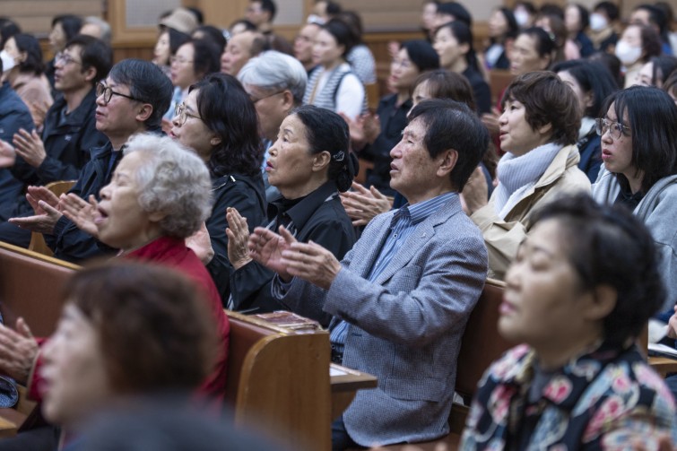 YTo1ODp7czo4OiJGaWxlTmFtZSI7czo0MDoiOGFiYjM2MTEtYzNmNi00MzZlLTk4OWMtNDkwYjRmNjQwZDMzLmpwZyI7czoxMjoiRmlsZURhdGVUaW1lIjtpOjE3NDUxMjk2ODg7czo4OiJGaWxlU2l6ZSI7aToxMzczNDEyO3M6ODoiRmlsZVR5cGUiO2k6MjtzOjg6Ik1pbWVUeXBlIjtzOjEwOiJpbWFnZS9qcGVnIjtzOjEzOiJTZWN0aW9uc0ZvdW5kIjtzOjMwOiJBTllfVEFHLCBJRkQwLCBUSFVNQk5BSUwsIEVYSUYiO3M6ODoiQ09NUFVURUQiO2E6OTp7czo0OiJodG1sIjtzOjI2OiJ3aWR0aD0iMTc1MiIgaGVpZ2h0PSIxMTY4IiI7czo2OiJIZWlnaHQiO2k6MTE2ODtzOjU6IldpZHRoIjtpOjE3NTI7czo3OiJJc0NvbG9yIjtpOjE7czoxNzoiQnl0ZU9yZGVyTW90b3JvbGEiO2k6MDtzOjE1OiJBcGVydHVyZUZOdW1iZXIiO3M6NToiZi80LjAiO3M6OToiQ29weXJpZ2h0IjtzOjQ6IllBQkMiO3M6MTg6IlRodW1ibmFpbC5GaWxlVHlwZSI7aToyO3M6MTg6IlRodW1ibmFpbC5NaW1lVHlwZSI7czoxMDoiaW1hZ2UvanBlZyI7fXM6NDoiTWFrZSI7czo0OiJTT05ZIjtzOjU6Ik1vZGVsIjtzOjg6IklMQ0UtN000IjtzOjExOiJYUmVzb2x1dGlvbiI7czo1OiIyNDAvMSI7czoxMToiWVJlc29sdXRpb24iO3M6NToiMjQwLzEiO3M6MTQ6IlJlc29sdXRpb25Vbml0IjtpOjI7czo4OiJTb2Z0d2FyZSI7czo1MDoiQWRvYmUgUGhvdG9zaG9wIExpZ2h0cm9vbSBDbGFzc2ljIDE0LjIgKE1hY2ludG9zaCkiO3M6ODoiRGF0ZVRpbWUiO3M6MTk6IjIwMjU6MDQ6MjAgMTU6MDE6MDMiO3M6NjoiQXJ0aXN0IjtzOjc6IllBQkNfU0ciO3M6OToiQ29weXJpZ2h0IjtzOjQ6IllBQkMiO3M6MTY6IkV4aWZfSUZEX1BvaW50ZXIiO2k6MjUyO3M6OToiVEhVTUJOQUlMIjthOjY6e3M6MTE6IkNvbXByZXNzaW9uIjtpOjY7czoxMToiWFJlc29sdXRpb24iO3M6NDoiNzIvMSI7czoxMToiWVJlc29sdXRpb24iO3M6NDoiNzIvMSI7czoxNDoiUmVzb2x1dGlvblVuaXQiO2k6MjtzOjIxOiJKUEVHSW50ZXJjaGFuZ2VGb3JtYXQiO2k6MTAzODtzOjI3OiJKUEVHSW50ZXJjaGFuZ2VGb3JtYXRMZW5ndGgiO2k6MTg3ODE7fXM6MTI6IkV4cG9zdXJlVGltZSI7czo0OiIxLzYwIjtzOjc6IkZOdW1iZXIiO3M6MzoiNC8xIjtzOjE1OiJFeHBvc3VyZVByb2dyYW0iO2k6MTtzOjE1OiJJU09TcGVlZFJhdGluZ3MiO2k6MjUwO3M6MTk6IlVuZGVmaW5lZFRhZzoweDg4MzAiO2k6MjtzOjE5OiJVbmRlZmluZWRUYWc6MHg4ODMyIjtpOjI1MDtzOjExOiJFeGlmVmVyc2lvbiI7czo0OiIwMjMyIjtzOjE2OiJEYXRlVGltZU9yaWdpbmFsIjtzOjE5OiIyMDI1OjA0OjE3IDE5OjQyOjI5IjtzOjE3OiJEYXRlVGltZURpZ2l0aXplZCI7czoxOToiMjAyNTowNDoxNyAxOTo0MjoyOSI7czoxOToiVW5kZWZpbmVkVGFnOjB4OTAxMCI7czo2OiIrMDk6MDAiO3M6MTk6IlVuZGVmaW5lZFRhZzoweDkwMTEiO3M6NjoiKzA5OjAwIjtzOjE5OiJVbmRlZmluZWRUYWc6MHg5MDEyIjtzOjY6IiswOTowMCI7czoxNzoiU2h1dHRlclNwZWVkVmFsdWUiO3M6MTU6IjU5MDY4OTEvMTAwMDAwMCI7czoxMzoiQXBlcnR1cmVWYWx1ZSI7czozOiI0LzEiO3M6MTU6IkJyaWdodG5lc3NWYWx1ZSI7czo5OiIyMjc0LzI1NjAiO3M6MTc6IkV4cG9zdXJlQmlhc1ZhbHVlIjtzOjQ6IjAvMTAiO3M6MTY6Ik1heEFwZXJ0dXJlVmFsdWUiO3M6ODoiMTAyNC8yNTYiO3M6MTI6Ik1ldGVyaW5nTW9kZSI7aTo1O3M6MTE6IkxpZ2h0U291cmNlIjtpOjA7czo1OiJGbGFzaCI7aToxNjtzOjExOiJGb2NhbExlbmd0aCI7czo3OiIxMjIwLzEwIjtzOjE4OiJTdWJTZWNUaW1lT3JpZ2luYWwiO3M6MzoiMjUyIjtzOjE5OiJTdWJTZWNUaW1lRGlnaXRpemVkIjtzOjM6IjI1MiI7czoxMDoiQ29sb3JTcGFjZSI7aTo2NTUzNTtzOjIxOiJGb2NhbFBsYW5lWFJlc29sdXRpb24iO3M6MTQ6IjY0NDQ5MzM5LzMyNzY4IjtzOjIxOiJGb2NhbFBsYW5lWVJlc29sdXRpb24iO3M6MTQ6IjY0NDQ5MzM5LzMyNzY4IjtzOjI0OiJGb2NhbFBsYW5lUmVzb2x1dGlvblVuaXQiO2k6MztzOjEwOiJGaWxlU291cmNlIjtzOjE6IgMiO3M6OToiU2NlbmVUeXBlIjtzOjE6IgEiO3M6MTQ6IkN1c3RvbVJlbmRlcmVkIjtpOjA7czoxMjoiRXhwb3N1cmVNb2RlIjtpOjE7czoxMjoiV2hpdGVCYWxhbmNlIjtpOjA7czoxNjoiRGlnaXRhbFpvb21SYXRpbyI7czo1OiIxNi8xNiI7czoyMToiRm9jYWxMZW5ndGhJbjM1bW1GaWxtIjtpOjEyMjtzOjE2OiJTY2VuZUNhcHR1cmVUeXBlIjtpOjA7czo4OiJDb250cmFzdCI7aTowO3M6MTA6IlNhdHVyYXRpb24iO2k6MDtzOjk6IlNoYXJwbmVzcyI7aTowO3M6MTk6IlVuZGVmaW5lZFRhZzoweEE0MzIiO2E6NDp7aTowO3M6NjoiNzAwLzEwIjtpOjE7czo3OiIyMDAwLzEwIjtpOjI7czo1OiI0MC8xMCI7aTozO3M6NToiNDAvMTAiO31zOjE5OiJVbmRlZmluZWRUYWc6MHhBNDM0IjtzOjIwOiJGRSA3MC0yMDBtbSBGNCBHIE9TUyI7fQ==