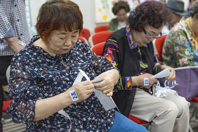 YTo1ODp7czo4OiJGaWxlTmFtZSI7czo0MDoiOGIwNDVkMzEtODFiNi00OTU4LWE4YzctY2E2ZjE2NzVlYjc5LmpwZyI7czoxMjoiRmlsZURhdGVUaW1lIjtpOjE3NDg1ODU1MDY7czo4OiJGaWxlU2l6ZSI7aTozNDMwNjE4O3M6ODoiRmlsZVR5cGUiO2k6MjtzOjg6Ik1pbWVUeXBlIjtzOjEwOiJpbWFnZS9qcGVnIjtzOjEzOiJTZWN0aW9uc0ZvdW5kIjtzOjMwOiJBTllfVEFHLCBJRkQwLCBUSFVNQk5BSUwsIEVYSUYiO3M6ODoiQ09NUFVURUQiO2E6OTp7czo0OiJodG1sIjtzOjI2OiJ3aWR0aD0iMTc0NSIgaGVpZ2h0PSIxMTYzIiI7czo2OiJIZWlnaHQiO2k6MTE2MztzOjU6IldpZHRoIjtpOjE3NDU7czo3OiJJc0NvbG9yIjtpOjE7czoxNzoiQnl0ZU9yZGVyTW90b3JvbGEiO2k6MDtzOjE1OiJBcGVydHVyZUZOdW1iZXIiO3M6NToiZi8yLjgiO3M6OToiQ29weXJpZ2h0IjtzOjQ6IllBQkMiO3M6MTg6IlRodW1ibmFpbC5GaWxlVHlwZSI7aToyO3M6MTg6IlRodW1ibmFpbC5NaW1lVHlwZSI7czoxMDoiaW1hZ2UvanBlZyI7fXM6NDoiTWFrZSI7czo0OiJTT05ZIjtzOjU6Ik1vZGVsIjtzOjg6IklMQ0UtN000IjtzOjExOiJYUmVzb2x1dGlvbiI7czo1OiIyNDAvMSI7czoxMToiWVJlc29sdXRpb24iO3M6NToiMjQwLzEiO3M6MTQ6IlJlc29sdXRpb25Vbml0IjtpOjI7czo4OiJTb2Z0d2FyZSI7czo1MjoiQWRvYmUgUGhvdG9zaG9wIExpZ2h0cm9vbSBDbGFzc2ljIDE0LjMuMSAoTWFjaW50b3NoKSI7czo4OiJEYXRlVGltZSI7czoxOToiMjAyNTowNTozMCAxNTowODo1NCI7czo2OiJBcnRpc3QiO3M6NzoiWUFCQ19TRyI7czo5OiJDb3B5cmlnaHQiO3M6NDoiWUFCQyI7czoxNjoiRXhpZl9JRkRfUG9pbnRlciI7aToyNTQ7czo5OiJUSFVNQk5BSUwiO2E6Njp7czoxMToiQ29tcHJlc3Npb24iO2k6NjtzOjExOiJYUmVzb2x1dGlvbiI7czo0OiI3Mi8xIjtzOjExOiJZUmVzb2x1dGlvbiI7czo0OiI3Mi8xIjtzOjE0OiJSZXNvbHV0aW9uVW5pdCI7aToyO3M6MjE6IkpQRUdJbnRlcmNoYW5nZUZvcm1hdCI7aToxMDQwO3M6Mjc6IkpQRUdJbnRlcmNoYW5nZUZvcm1hdExlbmd0aCI7aToyMjI5Mjt9czoxMjoiRXhwb3N1cmVUaW1lIjtzOjY6IjEvMTAwMCI7czo3OiJGTnVtYmVyIjtzOjU6IjI4LzEwIjtzOjE1OiJFeHBvc3VyZVByb2dyYW0iO2k6MTtzOjE1OiJJU09TcGVlZFJhdGluZ3MiO2k6MjAwMDtzOjE5OiJVbmRlZmluZWRUYWc6MHg4ODMwIjtpOjI7czoxOToiVW5kZWZpbmVkVGFnOjB4ODgzMiI7aToyMDAwO3M6MTE6IkV4aWZWZXJzaW9uIjtzOjQ6IjAyMzIiO3M6MTY6IkRhdGVUaW1lT3JpZ2luYWwiO3M6MTk6IjIwMjU6MDU6MzAgMTE6Mzk6MzQiO3M6MTc6IkRhdGVUaW1lRGlnaXRpemVkIjtzOjE5OiIyMDI1OjA1OjMwIDExOjM5OjM0IjtzOjE5OiJVbmRlZmluZWRUYWc6MHg5MDEwIjtzOjY6IiswOTowMCI7czoxOToiVW5kZWZpbmVkVGFnOjB4OTAxMSI7czo2OiIrMDk6MDAiO3M6MTk6IlVuZGVmaW5lZFRhZzoweDkwMTIiO3M6NjoiKzA5OjAwIjtzOjE3OiJTaHV0dGVyU3BlZWRWYWx1ZSI7czoxNToiOTk2NTc4NC8xMDAwMDAwIjtzOjEzOiJBcGVydHVyZVZhbHVlIjtzOjE1OiIyOTcwODU0LzEwMDAwMDAiO3M6MTU6IkJyaWdodG5lc3NWYWx1ZSI7czo5OiIzNTU0LzI1NjAiO3M6MTc6IkV4cG9zdXJlQmlhc1ZhbHVlIjtzOjQ6IjAvMTAiO3M6MTY6Ik1heEFwZXJ0dXJlVmFsdWUiO3M6NzoiNzYwLzI1NiI7czoxMjoiTWV0ZXJpbmdNb2RlIjtpOjU7czoxMToiTGlnaHRTb3VyY2UiO2k6MDtzOjU6IkZsYXNoIjtpOjE2O3M6MTE6IkZvY2FsTGVuZ3RoIjtzOjY6IjQ1MC8xMCI7czoxODoiU3ViU2VjVGltZU9yaWdpbmFsIjtzOjM6IjM4MyI7czoxOToiU3ViU2VjVGltZURpZ2l0aXplZCI7czozOiIzODMiO3M6MTA6IkNvbG9yU3BhY2UiO2k6NjU1MzU7czoyMToiRm9jYWxQbGFuZVhSZXNvbHV0aW9uIjtzOjE0OiI2NDQ0OTMzOS8zMjc2OCI7czoyMToiRm9jYWxQbGFuZVlSZXNvbHV0aW9uIjtzOjE0OiI2NDQ0OTMzOS8zMjc2OCI7czoyNDoiRm9jYWxQbGFuZVJlc29sdXRpb25Vbml0IjtpOjM7czoxMDoiRmlsZVNvdXJjZSI7czoxOiIDIjtzOjk6IlNjZW5lVHlwZSI7czoxOiIBIjtzOjE0OiJDdXN0b21SZW5kZXJlZCI7aTowO3M6MTI6IkV4cG9zdXJlTW9kZSI7aToxO3M6MTI6IldoaXRlQmFsYW5jZSI7aToxO3M6MTY6IkRpZ2l0YWxab29tUmF0aW8iO3M6NToiMTYvMTYiO3M6MjE6IkZvY2FsTGVuZ3RoSW4zNW1tRmlsbSI7aTo0NTtzOjE2OiJTY2VuZUNhcHR1cmVUeXBlIjtpOjA7czo4OiJDb250cmFzdCI7aTowO3M6MTA6IlNhdHVyYXRpb24iO2k6MDtzOjk6IlNoYXJwbmVzcyI7aTowO3M6MTk6IlVuZGVmaW5lZFRhZzoweEE0MzIiO2E6NDp7aTowO3M6NjoiMjQwLzEwIjtpOjE7czo2OiI3MDAvMTAiO2k6MjtzOjU6IjI4LzEwIjtpOjM7czo1OiIyOC8xMCI7fXM6MTk6IlVuZGVmaW5lZFRhZzoweEE0MzQiO3M6MjE6IkZFIDI0LTcwbW0gRjIuOCBHTSBJSSI7fQ==