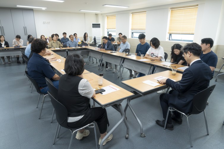 YTo1ODp7czo4OiJGaWxlTmFtZSI7czo0MDoiOGNjMTE1YjAtNzQ3Zi00MzQ3LTgyYmQtYmZjMzczOWQwOTcxLmpwZyI7czoxMjoiRmlsZURhdGVUaW1lIjtpOjE3NDkzNjkwOTU7czo4OiJGaWxlU2l6ZSI7aToxNzc1NzYzO3M6ODoiRmlsZVR5cGUiO2k6MjtzOjg6Ik1pbWVUeXBlIjtzOjEwOiJpbWFnZS9qcGVnIjtzOjEzOiJTZWN0aW9uc0ZvdW5kIjtzOjMwOiJBTllfVEFHLCBJRkQwLCBUSFVNQk5BSUwsIEVYSUYiO3M6ODoiQ09NUFVURUQiO2E6OTp7czo0OiJodG1sIjtzOjI2OiJ3aWR0aD0iMTc1MiIgaGVpZ2h0PSIxMTY4IiI7czo2OiJIZWlnaHQiO2k6MTE2ODtzOjU6IldpZHRoIjtpOjE3NTI7czo3OiJJc0NvbG9yIjtpOjE7czoxNzoiQnl0ZU9yZGVyTW90b3JvbGEiO2k6MDtzOjE1OiJBcGVydHVyZUZOdW1iZXIiO3M6NToiZi80LjUiO3M6OToiQ29weXJpZ2h0IjtzOjQ6IllBQkMiO3M6MTg6IlRodW1ibmFpbC5GaWxlVHlwZSI7aToyO3M6MTg6IlRodW1ibmFpbC5NaW1lVHlwZSI7czoxMDoiaW1hZ2UvanBlZyI7fXM6NDoiTWFrZSI7czo0OiJTT05ZIjtzOjU6Ik1vZGVsIjtzOjg6IklMQ0UtN000IjtzOjExOiJYUmVzb2x1dGlvbiI7czo1OiIyNDAvMSI7czoxMToiWVJlc29sdXRpb24iO3M6NToiMjQwLzEiO3M6MTQ6IlJlc29sdXRpb25Vbml0IjtpOjI7czo4OiJTb2Z0d2FyZSI7czo1MjoiQWRvYmUgUGhvdG9zaG9wIExpZ2h0cm9vbSBDbGFzc2ljIDE0LjMuMSAoTWFjaW50b3NoKSI7czo4OiJEYXRlVGltZSI7czoxOToiMjAyNTowNjowOCAxNjoyMzoyMyI7czo2OiJBcnRpc3QiO3M6NzoiWUFCQ19TRyI7czo5OiJDb3B5cmlnaHQiO3M6NDoiWUFCQyI7czoxNjoiRXhpZl9JRkRfUG9pbnRlciI7aToyNTQ7czo5OiJUSFVNQk5BSUwiO2E6Njp7czoxMToiQ29tcHJlc3Npb24iO2k6NjtzOjExOiJYUmVzb2x1dGlvbiI7czo0OiI3Mi8xIjtzOjExOiJZUmVzb2x1dGlvbiI7czo0OiI3Mi8xIjtzOjE0OiJSZXNvbHV0aW9uVW5pdCI7aToyO3M6MjE6IkpQRUdJbnRlcmNoYW5nZUZvcm1hdCI7aToxMDQwO3M6Mjc6IkpQRUdJbnRlcmNoYW5nZUZvcm1hdExlbmd0aCI7aToxNDQwNTt9czoxMjoiRXhwb3N1cmVUaW1lIjtzOjQ6IjEvNjAiO3M6NzoiRk51bWJlciI7czo1OiI0NS8xMCI7czoxNToiRXhwb3N1cmVQcm9ncmFtIjtpOjE7czoxNToiSVNPU3BlZWRSYXRpbmdzIjtpOjE2MDtzOjE5OiJVbmRlZmluZWRUYWc6MHg4ODMwIjtpOjI7czoxOToiVW5kZWZpbmVkVGFnOjB4ODgzMiI7aToxNjA7czoxMToiRXhpZlZlcnNpb24iO3M6NDoiMDIzMiI7czoxNjoiRGF0ZVRpbWVPcmlnaW5hbCI7czoxOToiMjAyNTowNjowOCAxNTowMzo1NyI7czoxNzoiRGF0ZVRpbWVEaWdpdGl6ZWQiO3M6MTk6IjIwMjU6MDY6MDggMTU6MDM6NTciO3M6MTk6IlVuZGVmaW5lZFRhZzoweDkwMTAiO3M6NjoiKzA5OjAwIjtzOjE5OiJVbmRlZmluZWRUYWc6MHg5MDExIjtzOjY6IiswOTowMCI7czoxOToiVW5kZWZpbmVkVGFnOjB4OTAxMiI7czo2OiIrMDk6MDAiO3M6MTc6IlNodXR0ZXJTcGVlZFZhbHVlIjtzOjE1OiI1OTA2ODkxLzEwMDAwMDAiO3M6MTM6IkFwZXJ0dXJlVmFsdWUiO3M6MTM6IjQzMzk4NS8xMDAwMDAiO3M6MTU6IkJyaWdodG5lc3NWYWx1ZSI7czo5OiI4NjY0LzI1NjAiO3M6MTc6IkV4cG9zdXJlQmlhc1ZhbHVlIjtzOjQ6IjAvMTAiO3M6MTY6Ik1heEFwZXJ0dXJlVmFsdWUiO3M6NzoiNzYwLzI1NiI7czoxMjoiTWV0ZXJpbmdNb2RlIjtpOjU7czoxMToiTGlnaHRTb3VyY2UiO2k6MDtzOjU6IkZsYXNoIjtpOjEzO3M6MTE6IkZvY2FsTGVuZ3RoIjtzOjY6IjI0MC8xMCI7czoxODoiU3ViU2VjVGltZU9yaWdpbmFsIjtzOjM6IjY0MCI7czoxOToiU3ViU2VjVGltZURpZ2l0aXplZCI7czozOiI2NDAiO3M6MTA6IkNvbG9yU3BhY2UiO2k6NjU1MzU7czoyMToiRm9jYWxQbGFuZVhSZXNvbHV0aW9uIjtzOjE0OiI2NDQ0OTMzOS8zMjc2OCI7czoyMToiRm9jYWxQbGFuZVlSZXNvbHV0aW9uIjtzOjE0OiI2NDQ0OTMzOS8zMjc2OCI7czoyNDoiRm9jYWxQbGFuZVJlc29sdXRpb25Vbml0IjtpOjM7czoxMDoiRmlsZVNvdXJjZSI7czoxOiIDIjtzOjk6IlNjZW5lVHlwZSI7czoxOiIBIjtzOjE0OiJDdXN0b21SZW5kZXJlZCI7aTowO3M6MTI6IkV4cG9zdXJlTW9kZSI7aToxO3M6MTI6IldoaXRlQmFsYW5jZSI7aToxO3M6MTY6IkRpZ2l0YWxab29tUmF0aW8iO3M6NToiMTYvMTYiO3M6MjE6IkZvY2FsTGVuZ3RoSW4zNW1tRmlsbSI7aToyNDtzOjE2OiJTY2VuZUNhcHR1cmVUeXBlIjtpOjA7czo4OiJDb250cmFzdCI7aTowO3M6MTA6IlNhdHVyYXRpb24iO2k6MDtzOjk6IlNoYXJwbmVzcyI7aTowO3M6MTk6IlVuZGVmaW5lZFRhZzoweEE0MzIiO2E6NDp7aTowO3M6NjoiMjQwLzEwIjtpOjE7czo2OiI3MDAvMTAiO2k6MjtzOjU6IjI4LzEwIjtpOjM7czo1OiIyOC8xMCI7fXM6MTk6IlVuZGVmaW5lZFRhZzoweEE0MzQiO3M6MjE6IkZFIDI0LTcwbW0gRjIuOCBHTSBJSSI7fQ==