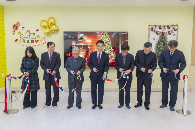 YTo1ODp7czo4OiJGaWxlTmFtZSI7czo0MDoiOGQ0ZmVhNDEtZWM5Yy00MzY1LTk3NzgtYmU4MzdiYWFhOTZjLmpwZyI7czoxMjoiRmlsZURhdGVUaW1lIjtpOjE3NjY0NjM4NTE7czo4OiJGaWxlU2l6ZSI7aToxMzMwNTI3O3M6ODoiRmlsZVR5cGUiO2k6MjtzOjg6Ik1pbWVUeXBlIjtzOjEwOiJpbWFnZS9qcGVnIjtzOjEzOiJTZWN0aW9uc0ZvdW5kIjtzOjMwOiJBTllfVEFHLCBJRkQwLCBUSFVNQk5BSUwsIEVYSUYiO3M6ODoiQ09NUFVURUQiO2E6OTp7czo0OiJodG1sIjtzOjI2OiJ3aWR0aD0iMTc1MiIgaGVpZ2h0PSIxMTY4IiI7czo2OiJIZWlnaHQiO2k6MTE2ODtzOjU6IldpZHRoIjtpOjE3NTI7czo3OiJJc0NvbG9yIjtpOjE7czoxNzoiQnl0ZU9yZGVyTW90b3JvbGEiO2k6MDtzOjE1OiJBcGVydHVyZUZOdW1iZXIiO3M6NToiZi8yLjgiO3M6OToiQ29weXJpZ2h0IjtzOjQ6IllBQkMiO3M6MTg6IlRodW1ibmFpbC5GaWxlVHlwZSI7aToyO3M6MTg6IlRodW1ibmFpbC5NaW1lVHlwZSI7czoxMDoiaW1hZ2UvanBlZyI7fXM6NDoiTWFrZSI7czo0OiJTT05ZIjtzOjU6Ik1vZGVsIjtzOjg6IklMQ0UtN000IjtzOjExOiJYUmVzb2x1dGlvbiI7czo1OiIyNDAvMSI7czoxMToiWVJlc29sdXRpb24iO3M6NToiMjQwLzEiO3M6MTQ6IlJlc29sdXRpb25Vbml0IjtpOjI7czo4OiJTb2Z0d2FyZSI7czo1MDoiQWRvYmUgUGhvdG9zaG9wIExpZ2h0cm9vbSBDbGFzc2ljIDE1LjEgKE1hY2ludG9zaCkiO3M6ODoiRGF0ZVRpbWUiO3M6MTk6IjIwMjU6MTI6MjMgMTM6MjM6MTgiO3M6NjoiQXJ0aXN0IjtzOjc6IllBQkNfU0ciO3M6OToiQ29weXJpZ2h0IjtzOjQ6IllBQkMiO3M6MTY6IkV4aWZfSUZEX1BvaW50ZXIiO2k6MjUyO3M6OToiVEhVTUJOQUlMIjthOjY6e3M6MTE6IkNvbXByZXNzaW9uIjtpOjY7czoxMToiWFJlc29sdXRpb24iO3M6NDoiNzIvMSI7czoxMToiWVJlc29sdXRpb24iO3M6NDoiNzIvMSI7czoxNDoiUmVzb2x1dGlvblVuaXQiO2k6MjtzOjIxOiJKUEVHSW50ZXJjaGFuZ2VGb3JtYXQiO2k6MTAzODtzOjI3OiJKUEVHSW50ZXJjaGFuZ2VGb3JtYXRMZW5ndGgiO2k6MTYyMjU7fXM6MTI6IkV4cG9zdXJlVGltZSI7czo1OiIxLzQwMCI7czo3OiJGTnVtYmVyIjtzOjU6IjI4LzEwIjtzOjE1OiJFeHBvc3VyZVByb2dyYW0iO2k6MTtzOjE1OiJJU09TcGVlZFJhdGluZ3MiO2k6MTI1MDtzOjE5OiJVbmRlZmluZWRUYWc6MHg4ODMwIjtpOjI7czoxOToiVW5kZWZpbmVkVGFnOjB4ODgzMiI7aToxMjUwO3M6MTE6IkV4aWZWZXJzaW9uIjtzOjQ6IjAyMzIiO3M6MTY6IkRhdGVUaW1lT3JpZ2luYWwiO3M6MTk6IjIwMjU6MTI6MTQgMTA6NDg6NTIiO3M6MTc6IkRhdGVUaW1lRGlnaXRpemVkIjtzOjE5OiIyMDI1OjEyOjE0IDEwOjQ4OjUyIjtzOjE5OiJVbmRlZmluZWRUYWc6MHg5MDEwIjtzOjY6IiswOTowMCI7czoxOToiVW5kZWZpbmVkVGFnOjB4OTAxMSI7czo2OiIrMDk6MDAiO3M6MTk6IlVuZGVmaW5lZFRhZzoweDkwMTIiO3M6NjoiKzA5OjAwIjtzOjE3OiJTaHV0dGVyU3BlZWRWYWx1ZSI7czoxNToiODY0Mzg1Ni8xMDAwMDAwIjtzOjEzOiJBcGVydHVyZVZhbHVlIjtzOjE1OiIyOTcwODU0LzEwMDAwMDAiO3M6MTU6IkJyaWdodG5lc3NWYWx1ZSI7czo5OiI5NjM0LzI1NjAiO3M6MTc6IkV4cG9zdXJlQmlhc1ZhbHVlIjtzOjQ6IjAvMTAiO3M6MTY6Ik1heEFwZXJ0dXJlVmFsdWUiO3M6NzoiNzYwLzI1NiI7czoxMjoiTWV0ZXJpbmdNb2RlIjtpOjU7czoxMToiTGlnaHRTb3VyY2UiO2k6MDtzOjU6IkZsYXNoIjtpOjE2O3M6MTE6IkZvY2FsTGVuZ3RoIjtzOjY6IjI5MC8xMCI7czoxODoiU3ViU2VjVGltZU9yaWdpbmFsIjtzOjM6Ijc0NyI7czoxOToiU3ViU2VjVGltZURpZ2l0aXplZCI7czozOiI3NDciO3M6MTA6IkNvbG9yU3BhY2UiO2k6NjU1MzU7czoyMToiRm9jYWxQbGFuZVhSZXNvbHV0aW9uIjtzOjE0OiI2NDQ0OTMzOS8zMjc2OCI7czoyMToiRm9jYWxQbGFuZVlSZXNvbHV0aW9uIjtzOjE0OiI2NDQ0OTMzOS8zMjc2OCI7czoyNDoiRm9jYWxQbGFuZVJlc29sdXRpb25Vbml0IjtpOjM7czoxMDoiRmlsZVNvdXJjZSI7czoxOiIDIjtzOjk6IlNjZW5lVHlwZSI7czoxOiIBIjtzOjE0OiJDdXN0b21SZW5kZXJlZCI7aTowO3M6MTI6IkV4cG9zdXJlTW9kZSI7aToxO3M6MTI6IldoaXRlQmFsYW5jZSI7aToxO3M6MTY6IkRpZ2l0YWxab29tUmF0aW8iO3M6NToiMTYvMTYiO3M6MjE6IkZvY2FsTGVuZ3RoSW4zNW1tRmlsbSI7aToyOTtzOjE2OiJTY2VuZUNhcHR1cmVUeXBlIjtpOjA7czo4OiJDb250cmFzdCI7aTowO3M6MTA6IlNhdHVyYXRpb24iO2k6MDtzOjk6IlNoYXJwbmVzcyI7aTowO3M6MTk6IlVuZGVmaW5lZFRhZzoweEE0MzIiO2E6NDp7aTowO3M6NjoiMjQwLzEwIjtpOjE7czo2OiI3MDAvMTAiO2k6MjtzOjU6IjI4LzEwIjtpOjM7czo1OiIyOC8xMCI7fXM6MTk6IlVuZGVmaW5lZFRhZzoweEE0MzQiO3M6MjE6IkZFIDI0LTcwbW0gRjIuOCBHTSBJSSI7fQ==