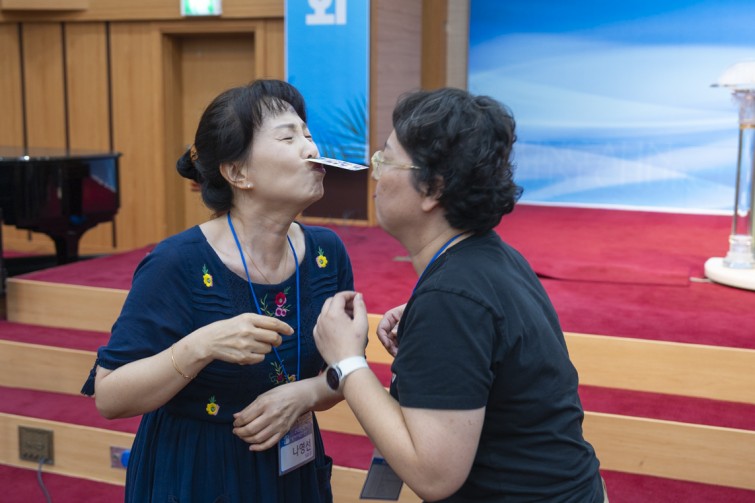 YTo1ODp7czo4OiJGaWxlTmFtZSI7czo0MDoiOTRjMjg1ZTMtYjA5YS00NDdjLTk2ODYtNDMyNGVjM2FjMjU0LmpwZyI7czoxMjoiRmlsZURhdGVUaW1lIjtpOjE3NTY1NDkyNDA7czo4OiJGaWxlU2l6ZSI7aTo1NTY5ODU7czo4OiJGaWxlVHlwZSI7aToyO3M6ODoiTWltZVR5cGUiO3M6MTA6ImltYWdlL2pwZWciO3M6MTM6IlNlY3Rpb25zRm91bmQiO3M6MzA6IkFOWV9UQUcsIElGRDAsIFRIVU1CTkFJTCwgRVhJRiI7czo4OiJDT01QVVRFRCI7YTo5OntzOjQ6Imh0bWwiO3M6MjU6IndpZHRoPSIxMTQzIiBoZWlnaHQ9Ijc2MiIiO3M6NjoiSGVpZ2h0IjtpOjc2MjtzOjU6IldpZHRoIjtpOjExNDM7czo3OiJJc0NvbG9yIjtpOjE7czoxNzoiQnl0ZU9yZGVyTW90b3JvbGEiO2k6MDtzOjE1OiJBcGVydHVyZUZOdW1iZXIiO3M6NToiZi8yLjgiO3M6OToiQ29weXJpZ2h0IjtzOjQ6IllBQkMiO3M6MTg6IlRodW1ibmFpbC5GaWxlVHlwZSI7aToyO3M6MTg6IlRodW1ibmFpbC5NaW1lVHlwZSI7czoxMDoiaW1hZ2UvanBlZyI7fXM6NDoiTWFrZSI7czo0OiJTT05ZIjtzOjU6Ik1vZGVsIjtzOjg6IklMQ0UtN000IjtzOjExOiJYUmVzb2x1dGlvbiI7czo1OiIyNDAvMSI7czoxMToiWVJlc29sdXRpb24iO3M6NToiMjQwLzEiO3M6MTQ6IlJlc29sdXRpb25Vbml0IjtpOjI7czo4OiJTb2Z0d2FyZSI7czo1MjoiQWRvYmUgUGhvdG9zaG9wIExpZ2h0cm9vbSBDbGFzc2ljIDE0LjUuMSAoTWFjaW50b3NoKSI7czo4OiJEYXRlVGltZSI7czoxOToiMjAyNTowODozMCAxOToxNjowOSI7czo2OiJBcnRpc3QiO3M6NzoiWUFCQ19TRyI7czo5OiJDb3B5cmlnaHQiO3M6NDoiWUFCQyI7czoxNjoiRXhpZl9JRkRfUG9pbnRlciI7aToyNTQ7czo5OiJUSFVNQk5BSUwiO2E6Njp7czoxMToiQ29tcHJlc3Npb24iO2k6NjtzOjExOiJYUmVzb2x1dGlvbiI7czo0OiI3Mi8xIjtzOjExOiJZUmVzb2x1dGlvbiI7czo0OiI3Mi8xIjtzOjE0OiJSZXNvbHV0aW9uVW5pdCI7aToyO3M6MjE6IkpQRUdJbnRlcmNoYW5nZUZvcm1hdCI7aToxMDQwO3M6Mjc6IkpQRUdJbnRlcmNoYW5nZUZvcm1hdExlbmd0aCI7aToxNjA3Mjt9czoxMjoiRXhwb3N1cmVUaW1lIjtzOjQ6IjEvNjAiO3M6NzoiRk51bWJlciI7czo1OiIyOC8xMCI7czoxNToiRXhwb3N1cmVQcm9ncmFtIjtpOjE7czoxNToiSVNPU3BlZWRSYXRpbmdzIjtpOjI1MDtzOjE5OiJVbmRlZmluZWRUYWc6MHg4ODMwIjtpOjI7czoxOToiVW5kZWZpbmVkVGFnOjB4ODgzMiI7aToyNTA7czoxMToiRXhpZlZlcnNpb24iO3M6NDoiMDIzMiI7czoxNjoiRGF0ZVRpbWVPcmlnaW5hbCI7czoxOToiMjAyNTowODozMCAxNjoyODo1MCI7czoxNzoiRGF0ZVRpbWVEaWdpdGl6ZWQiO3M6MTk6IjIwMjU6MDg6MzAgMTY6Mjg6NTAiO3M6MTk6IlVuZGVmaW5lZFRhZzoweDkwMTAiO3M6NjoiKzA5OjAwIjtzOjE5OiJVbmRlZmluZWRUYWc6MHg5MDExIjtzOjY6IiswOTowMCI7czoxOToiVW5kZWZpbmVkVGFnOjB4OTAxMiI7czo2OiIrMDk6MDAiO3M6MTc6IlNodXR0ZXJTcGVlZFZhbHVlIjtzOjE1OiI1OTA2ODkxLzEwMDAwMDAiO3M6MTM6IkFwZXJ0dXJlVmFsdWUiO3M6MTU6IjI5NzA4NTQvMTAwMDAwMCI7czoxNToiQnJpZ2h0bmVzc1ZhbHVlIjtzOjk6IjQ1NjQvMjU2MCI7czoxNzoiRXhwb3N1cmVCaWFzVmFsdWUiO3M6NDoiMC8xMCI7czoxNjoiTWF4QXBlcnR1cmVWYWx1ZSI7czo3OiI3NjAvMjU2IjtzOjEyOiJNZXRlcmluZ01vZGUiO2k6NTtzOjExOiJMaWdodFNvdXJjZSI7aTowO3M6NToiRmxhc2giO2k6MTM7czoxMToiRm9jYWxMZW5ndGgiO3M6NjoiMzEwLzEwIjtzOjE4OiJTdWJTZWNUaW1lT3JpZ2luYWwiO3M6MzoiMzE5IjtzOjE5OiJTdWJTZWNUaW1lRGlnaXRpemVkIjtzOjM6IjMxOSI7czoxMDoiQ29sb3JTcGFjZSI7aTo2NTUzNTtzOjIxOiJGb2NhbFBsYW5lWFJlc29sdXRpb24iO3M6MTQ6IjY0NDQ5MzM5LzMyNzY4IjtzOjIxOiJGb2NhbFBsYW5lWVJlc29sdXRpb24iO3M6MTQ6IjY0NDQ5MzM5LzMyNzY4IjtzOjI0OiJGb2NhbFBsYW5lUmVzb2x1dGlvblVuaXQiO2k6MztzOjEwOiJGaWxlU291cmNlIjtzOjE6IgMiO3M6OToiU2NlbmVUeXBlIjtzOjE6IgEiO3M6MTQ6IkN1c3RvbVJlbmRlcmVkIjtpOjA7czoxMjoiRXhwb3N1cmVNb2RlIjtpOjE7czoxMjoiV2hpdGVCYWxhbmNlIjtpOjE7czoxNjoiRGlnaXRhbFpvb21SYXRpbyI7czo1OiIxNi8xNiI7czoyMToiRm9jYWxMZW5ndGhJbjM1bW1GaWxtIjtpOjQ2O3M6MTY6IlNjZW5lQ2FwdHVyZVR5cGUiO2k6MDtzOjg6IkNvbnRyYXN0IjtpOjA7czoxMDoiU2F0dXJhdGlvbiI7aTowO3M6OToiU2hhcnBuZXNzIjtpOjA7czoxOToiVW5kZWZpbmVkVGFnOjB4QTQzMiI7YTo0OntpOjA7czo2OiIyNDAvMTAiO2k6MTtzOjY6IjcwMC8xMCI7aToyO3M6NToiMjgvMTAiO2k6MztzOjU6IjI4LzEwIjt9czoxOToiVW5kZWZpbmVkVGFnOjB4QTQzNCI7czoyMToiRkUgMjQtNzBtbSBGMi44IEdNIElJIjt9