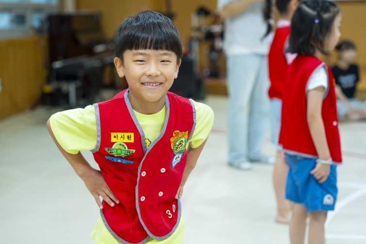 YTo1ODp7czo4OiJGaWxlTmFtZSI7czo0MDoiOTkxNThmMzQtYmE5Ni00ODMwLWJhNjctNmFmNWNmOGFhMTRkLmpwZyI7czoxMjoiRmlsZURhdGVUaW1lIjtpOjE3NTc4MjAxNzQ7czo4OiJGaWxlU2l6ZSI7aToxMjM4NDU4O3M6ODoiRmlsZVR5cGUiO2k6MjtzOjg6Ik1pbWVUeXBlIjtzOjEwOiJpbWFnZS9qcGVnIjtzOjEzOiJTZWN0aW9uc0ZvdW5kIjtzOjMwOiJBTllfVEFHLCBJRkQwLCBUSFVNQk5BSUwsIEVYSUYiO3M6ODoiQ09NUFVURUQiO2E6OTp7czo0OiJodG1sIjtzOjI2OiJ3aWR0aD0iMTc1MiIgaGVpZ2h0PSIxMTY4IiI7czo2OiJIZWlnaHQiO2k6MTE2ODtzOjU6IldpZHRoIjtpOjE3NTI7czo3OiJJc0NvbG9yIjtpOjE7czoxNzoiQnl0ZU9yZGVyTW90b3JvbGEiO2k6MDtzOjE1OiJBcGVydHVyZUZOdW1iZXIiO3M6NToiZi8yLjgiO3M6OToiQ29weXJpZ2h0IjtzOjQ6IllBQkMiO3M6MTg6IlRodW1ibmFpbC5GaWxlVHlwZSI7aToyO3M6MTg6IlRodW1ibmFpbC5NaW1lVHlwZSI7czoxMDoiaW1hZ2UvanBlZyI7fXM6NDoiTWFrZSI7czo0OiJTT05ZIjtzOjU6Ik1vZGVsIjtzOjg6IklMQ0UtN000IjtzOjExOiJYUmVzb2x1dGlvbiI7czo1OiIyNDAvMSI7czoxMToiWVJlc29sdXRpb24iO3M6NToiMjQwLzEiO3M6MTQ6IlJlc29sdXRpb25Vbml0IjtpOjI7czo4OiJTb2Z0d2FyZSI7czo1MjoiQWRvYmUgUGhvdG9zaG9wIExpZ2h0cm9vbSBDbGFzc2ljIDE0LjUuMSAoTWFjaW50b3NoKSI7czo4OiJEYXRlVGltZSI7czoxOToiMjAyNTowOToxNCAxMjoyMDo0MSI7czo2OiJBcnRpc3QiO3M6NzoiWUFCQ19TRyI7czo5OiJDb3B5cmlnaHQiO3M6NDoiWUFCQyI7czoxNjoiRXhpZl9JRkRfUG9pbnRlciI7aToyNTQ7czo5OiJUSFVNQk5BSUwiO2E6Njp7czoxMToiQ29tcHJlc3Npb24iO2k6NjtzOjExOiJYUmVzb2x1dGlvbiI7czo0OiI3Mi8xIjtzOjExOiJZUmVzb2x1dGlvbiI7czo0OiI3Mi8xIjtzOjE0OiJSZXNvbHV0aW9uVW5pdCI7aToyO3M6MjE6IkpQRUdJbnRlcmNoYW5nZUZvcm1hdCI7aToxMDQwO3M6Mjc6IkpQRUdJbnRlcmNoYW5nZUZvcm1hdExlbmd0aCI7aToxNTQ4MDt9czoxMjoiRXhwb3N1cmVUaW1lIjtzOjU6IjEvMjUwIjtzOjc6IkZOdW1iZXIiO3M6NToiMjgvMTAiO3M6MTU6IkV4cG9zdXJlUHJvZ3JhbSI7aToxO3M6MTU6IklTT1NwZWVkUmF0aW5ncyI7aTo0MDA7czoxOToiVW5kZWZpbmVkVGFnOjB4ODgzMCI7aToyO3M6MTk6IlVuZGVmaW5lZFRhZzoweDg4MzIiO2k6NDAwO3M6MTE6IkV4aWZWZXJzaW9uIjtzOjQ6IjAyMzIiO3M6MTY6IkRhdGVUaW1lT3JpZ2luYWwiO3M6MTk6IjIwMjU6MDk6MTMgMTA6MjM6MDUiO3M6MTc6IkRhdGVUaW1lRGlnaXRpemVkIjtzOjE5OiIyMDI1OjA5OjEzIDEwOjIzOjA1IjtzOjE5OiJVbmRlZmluZWRUYWc6MHg5MDEwIjtzOjY6IiswOTowMCI7czoxOToiVW5kZWZpbmVkVGFnOjB4OTAxMSI7czo2OiIrMDk6MDAiO3M6MTk6IlVuZGVmaW5lZFRhZzoweDkwMTIiO3M6NjoiKzA5OjAwIjtzOjE3OiJTaHV0dGVyU3BlZWRWYWx1ZSI7czoxNToiNzk2NTc4NC8xMDAwMDAwIjtzOjEzOiJBcGVydHVyZVZhbHVlIjtzOjE1OiIyOTcwODU0LzEwMDAwMDAiO3M6MTU6IkJyaWdodG5lc3NWYWx1ZSI7czo5OiI3NDI0LzI1NjAiO3M6MTc6IkV4cG9zdXJlQmlhc1ZhbHVlIjtzOjQ6IjAvMTAiO3M6MTY6Ik1heEFwZXJ0dXJlVmFsdWUiO3M6NzoiNzYwLzI1NiI7czoxMjoiTWV0ZXJpbmdNb2RlIjtpOjU7czoxMToiTGlnaHRTb3VyY2UiO2k6MDtzOjU6IkZsYXNoIjtpOjEzO3M6MTE6IkZvY2FsTGVuZ3RoIjtzOjY6IjcwMC8xMCI7czoxODoiU3ViU2VjVGltZU9yaWdpbmFsIjtzOjM6IjUzNSI7czoxOToiU3ViU2VjVGltZURpZ2l0aXplZCI7czozOiI1MzUiO3M6MTA6IkNvbG9yU3BhY2UiO2k6NjU1MzU7czoyMToiRm9jYWxQbGFuZVhSZXNvbHV0aW9uIjtzOjE0OiI2NDQ0OTMzOS8zMjc2OCI7czoyMToiRm9jYWxQbGFuZVlSZXNvbHV0aW9uIjtzOjE0OiI2NDQ0OTMzOS8zMjc2OCI7czoyNDoiRm9jYWxQbGFuZVJlc29sdXRpb25Vbml0IjtpOjM7czoxMDoiRmlsZVNvdXJjZSI7czoxOiIDIjtzOjk6IlNjZW5lVHlwZSI7czoxOiIBIjtzOjE0OiJDdXN0b21SZW5kZXJlZCI7aTowO3M6MTI6IkV4cG9zdXJlTW9kZSI7aToxO3M6MTI6IldoaXRlQmFsYW5jZSI7aToxO3M6MTY6IkRpZ2l0YWxab29tUmF0aW8iO3M6NToiMTYvMTYiO3M6MjE6IkZvY2FsTGVuZ3RoSW4zNW1tRmlsbSI7aTo3MDtzOjE2OiJTY2VuZUNhcHR1cmVUeXBlIjtpOjA7czo4OiJDb250cmFzdCI7aTowO3M6MTA6IlNhdHVyYXRpb24iO2k6MDtzOjk6IlNoYXJwbmVzcyI7aTowO3M6MTk6IlVuZGVmaW5lZFRhZzoweEE0MzIiO2E6NDp7aTowO3M6NjoiMjQwLzEwIjtpOjE7czo2OiI3MDAvMTAiO2k6MjtzOjU6IjI4LzEwIjtpOjM7czo1OiIyOC8xMCI7fXM6MTk6IlVuZGVmaW5lZFRhZzoweEE0MzQiO3M6MjE6IkZFIDI0LTcwbW0gRjIuOCBHTSBJSSI7fQ==