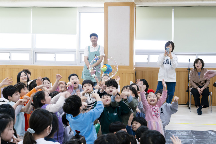 YTo1ODp7czo4OiJGaWxlTmFtZSI7czo0MDoiOWYyZWM0ZmItOTE1My00MDQwLThlOGYtOTA2OTNlNWIzMzE3LmpwZyI7czoxMjoiRmlsZURhdGVUaW1lIjtpOjE3NDcwOTY2OTE7czo4OiJGaWxlU2l6ZSI7aToxMjM1NjUzO3M6ODoiRmlsZVR5cGUiO2k6MjtzOjg6Ik1pbWVUeXBlIjtzOjEwOiJpbWFnZS9qcGVnIjtzOjEzOiJTZWN0aW9uc0ZvdW5kIjtzOjMwOiJBTllfVEFHLCBJRkQwLCBUSFVNQk5BSUwsIEVYSUYiO3M6ODoiQ09NUFVURUQiO2E6OTp7czo0OiJodG1sIjtzOjI2OiJ3aWR0aD0iMTc1MiIgaGVpZ2h0PSIxMTY4IiI7czo2OiJIZWlnaHQiO2k6MTE2ODtzOjU6IldpZHRoIjtpOjE3NTI7czo3OiJJc0NvbG9yIjtpOjE7czoxNzoiQnl0ZU9yZGVyTW90b3JvbGEiO2k6MDtzOjE1OiJBcGVydHVyZUZOdW1iZXIiO3M6NToiZi81LjYiO3M6OToiQ29weXJpZ2h0IjtzOjQ6IllBQkMiO3M6MTg6IlRodW1ibmFpbC5GaWxlVHlwZSI7aToyO3M6MTg6IlRodW1ibmFpbC5NaW1lVHlwZSI7czoxMDoiaW1hZ2UvanBlZyI7fXM6NDoiTWFrZSI7czo0OiJTT05ZIjtzOjU6Ik1vZGVsIjtzOjg6IklMQ0UtN000IjtzOjExOiJYUmVzb2x1dGlvbiI7czo1OiIyNDAvMSI7czoxMToiWVJlc29sdXRpb24iO3M6NToiMjQwLzEiO3M6MTQ6IlJlc29sdXRpb25Vbml0IjtpOjI7czo4OiJTb2Z0d2FyZSI7czo1MjoiQWRvYmUgUGhvdG9zaG9wIExpZ2h0cm9vbSBDbGFzc2ljIDE0LjMuMSAoTWFjaW50b3NoKSI7czo4OiJEYXRlVGltZSI7czoxOToiMjAyNTowNToxMyAwOTozNjoxOSI7czo2OiJBcnRpc3QiO3M6NzoiWUFCQ19TRyI7czo5OiJDb3B5cmlnaHQiO3M6NDoiWUFCQyI7czoxNjoiRXhpZl9JRkRfUG9pbnRlciI7aToyNTQ7czo5OiJUSFVNQk5BSUwiO2E6Njp7czoxMToiQ29tcHJlc3Npb24iO2k6NjtzOjExOiJYUmVzb2x1dGlvbiI7czo0OiI3Mi8xIjtzOjExOiJZUmVzb2x1dGlvbiI7czo0OiI3Mi8xIjtzOjE0OiJSZXNvbHV0aW9uVW5pdCI7aToyO3M6MjE6IkpQRUdJbnRlcmNoYW5nZUZvcm1hdCI7aToxMDQwO3M6Mjc6IkpQRUdJbnRlcmNoYW5nZUZvcm1hdExlbmd0aCI7aToxNjQyNzt9czoxMjoiRXhwb3N1cmVUaW1lIjtzOjU6IjEvMTAwIjtzOjc6IkZOdW1iZXIiO3M6NToiNTYvMTAiO3M6MTU6IkV4cG9zdXJlUHJvZ3JhbSI7aToxO3M6MTU6IklTT1NwZWVkUmF0aW5ncyI7aToxMjUwO3M6MTk6IlVuZGVmaW5lZFRhZzoweDg4MzAiO2k6MjtzOjE5OiJVbmRlZmluZWRUYWc6MHg4ODMyIjtpOjEyNTA7czoxMToiRXhpZlZlcnNpb24iO3M6NDoiMDIzMiI7czoxNjoiRGF0ZVRpbWVPcmlnaW5hbCI7czoxOToiMjAyNTowNToxMSAxMjoxMzoxNyI7czoxNzoiRGF0ZVRpbWVEaWdpdGl6ZWQiO3M6MTk6IjIwMjU6MDU6MTEgMTI6MTM6MTciO3M6MTk6IlVuZGVmaW5lZFRhZzoweDkwMTAiO3M6NjoiKzA5OjAwIjtzOjE5OiJVbmRlZmluZWRUYWc6MHg5MDExIjtzOjY6IiswOTowMCI7czoxOToiVW5kZWZpbmVkVGFnOjB4OTAxMiI7czo2OiIrMDk6MDAiO3M6MTc6IlNodXR0ZXJTcGVlZFZhbHVlIjtzOjE1OiI2NjQzODU2LzEwMDAwMDAiO3M6MTM6IkFwZXJ0dXJlVmFsdWUiO3M6MTU6IjQ5NzA4NTQvMTAwMDAwMCI7czoxNToiQnJpZ2h0bmVzc1ZhbHVlIjtzOjk6Ijk0MzQvMjU2MCI7czoxNzoiRXhwb3N1cmVCaWFzVmFsdWUiO3M6NDoiMC8xMCI7czoxNjoiTWF4QXBlcnR1cmVWYWx1ZSI7czo3OiI3NjAvMjU2IjtzOjEyOiJNZXRlcmluZ01vZGUiO2k6NTtzOjExOiJMaWdodFNvdXJjZSI7aTowO3M6NToiRmxhc2giO2k6MTM7czoxMToiRm9jYWxMZW5ndGgiO3M6NjoiNzAwLzEwIjtzOjE4OiJTdWJTZWNUaW1lT3JpZ2luYWwiO3M6MzoiNDk1IjtzOjE5OiJTdWJTZWNUaW1lRGlnaXRpemVkIjtzOjM6IjQ5NSI7czoxMDoiQ29sb3JTcGFjZSI7aTo2NTUzNTtzOjIxOiJGb2NhbFBsYW5lWFJlc29sdXRpb24iO3M6MTQ6IjY0NDQ5MzM5LzMyNzY4IjtzOjIxOiJGb2NhbFBsYW5lWVJlc29sdXRpb24iO3M6MTQ6IjY0NDQ5MzM5LzMyNzY4IjtzOjI0OiJGb2NhbFBsYW5lUmVzb2x1dGlvblVuaXQiO2k6MztzOjEwOiJGaWxlU291cmNlIjtzOjE6IgMiO3M6OToiU2NlbmVUeXBlIjtzOjE6IgEiO3M6MTQ6IkN1c3RvbVJlbmRlcmVkIjtpOjA7czoxMjoiRXhwb3N1cmVNb2RlIjtpOjE7czoxMjoiV2hpdGVCYWxhbmNlIjtpOjE7czoxNjoiRGlnaXRhbFpvb21SYXRpbyI7czo1OiIxNi8xNiI7czoyMToiRm9jYWxMZW5ndGhJbjM1bW1GaWxtIjtpOjcwO3M6MTY6IlNjZW5lQ2FwdHVyZVR5cGUiO2k6MDtzOjg6IkNvbnRyYXN0IjtpOjA7czoxMDoiU2F0dXJhdGlvbiI7aTowO3M6OToiU2hhcnBuZXNzIjtpOjA7czoxOToiVW5kZWZpbmVkVGFnOjB4QTQzMiI7YTo0OntpOjA7czo2OiIyNDAvMTAiO2k6MTtzOjY6IjcwMC8xMCI7aToyO3M6NToiMjgvMTAiO2k6MztzOjU6IjI4LzEwIjt9czoxOToiVW5kZWZpbmVkVGFnOjB4QTQzNCI7czoyMToiRkUgMjQtNzBtbSBGMi44IEdNIElJIjt9