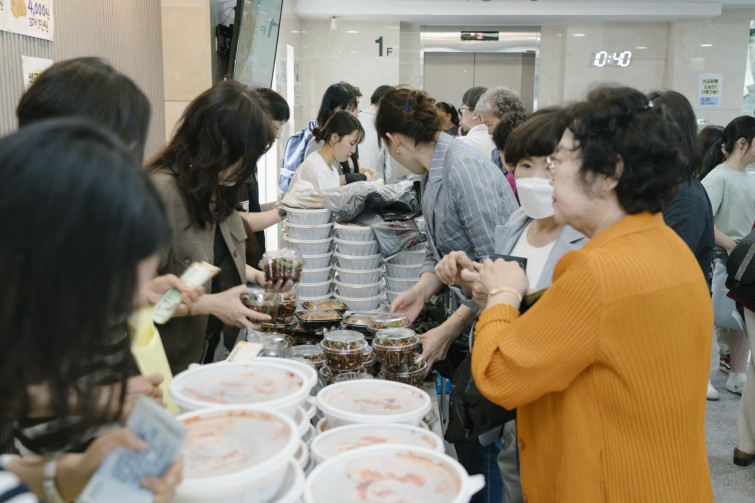 YTo1ODp7czo4OiJGaWxlTmFtZSI7czo0MDoiOWZhYjFmZTgtOWEyNy00YjM5LTg0M2QtNjMxMjk0NWU5YWYxLmpwZyI7czoxMjoiRmlsZURhdGVUaW1lIjtpOjE3NDkzNjkxNDM7czo4OiJGaWxlU2l6ZSI7aToxMjA4NjIwO3M6ODoiRmlsZVR5cGUiO2k6MjtzOjg6Ik1pbWVUeXBlIjtzOjEwOiJpbWFnZS9qcGVnIjtzOjEzOiJTZWN0aW9uc0ZvdW5kIjtzOjMwOiJBTllfVEFHLCBJRkQwLCBUSFVNQk5BSUwsIEVYSUYiO3M6ODoiQ09NUFVURUQiO2E6OTp7czo0OiJodG1sIjtzOjI2OiJ3aWR0aD0iMTc1MiIgaGVpZ2h0PSIxMTY4IiI7czo2OiJIZWlnaHQiO2k6MTE2ODtzOjU6IldpZHRoIjtpOjE3NTI7czo3OiJJc0NvbG9yIjtpOjE7czoxNzoiQnl0ZU9yZGVyTW90b3JvbGEiO2k6MDtzOjE1OiJBcGVydHVyZUZOdW1iZXIiO3M6NToiZi80LjAiO3M6OToiQ29weXJpZ2h0IjtzOjQ6IllBQkMiO3M6MTg6IlRodW1ibmFpbC5GaWxlVHlwZSI7aToyO3M6MTg6IlRodW1ibmFpbC5NaW1lVHlwZSI7czoxMDoiaW1hZ2UvanBlZyI7fXM6NDoiTWFrZSI7czo0OiJTT05ZIjtzOjU6Ik1vZGVsIjtzOjg6IklMQ0UtN000IjtzOjExOiJYUmVzb2x1dGlvbiI7czo1OiIyNDAvMSI7czoxMToiWVJlc29sdXRpb24iO3M6NToiMjQwLzEiO3M6MTQ6IlJlc29sdXRpb25Vbml0IjtpOjI7czo4OiJTb2Z0d2FyZSI7czo1MjoiQWRvYmUgUGhvdG9zaG9wIExpZ2h0cm9vbSBDbGFzc2ljIDE0LjMuMSAoTWFjaW50b3NoKSI7czo4OiJEYXRlVGltZSI7czoxOToiMjAyNTowNjowOCAxMzo1OTo0MSI7czo2OiJBcnRpc3QiO3M6NzoiWUFCQ19TRyI7czo5OiJDb3B5cmlnaHQiO3M6NDoiWUFCQyI7czoxNjoiRXhpZl9JRkRfUG9pbnRlciI7aToyNTQ7czo5OiJUSFVNQk5BSUwiO2E6Njp7czoxMToiQ29tcHJlc3Npb24iO2k6NjtzOjExOiJYUmVzb2x1dGlvbiI7czo0OiI3Mi8xIjtzOjExOiJZUmVzb2x1dGlvbiI7czo0OiI3Mi8xIjtzOjE0OiJSZXNvbHV0aW9uVW5pdCI7aToyO3M6MjE6IkpQRUdJbnRlcmNoYW5nZUZvcm1hdCI7aToxMDQwO3M6Mjc6IkpQRUdJbnRlcmNoYW5nZUZvcm1hdExlbmd0aCI7aToxNTQ2Mzt9czoxMjoiRXhwb3N1cmVUaW1lIjtzOjQ6IjEvNjAiO3M6NzoiRk51bWJlciI7czozOiI0LzEiO3M6MTU6IkV4cG9zdXJlUHJvZ3JhbSI7aToxO3M6MTU6IklTT1NwZWVkUmF0aW5ncyI7aToyNTA7czoxOToiVW5kZWZpbmVkVGFnOjB4ODgzMCI7aToyO3M6MTk6IlVuZGVmaW5lZFRhZzoweDg4MzIiO2k6MjUwO3M6MTE6IkV4aWZWZXJzaW9uIjtzOjQ6IjAyMzIiO3M6MTY6IkRhdGVUaW1lT3JpZ2luYWwiO3M6MTk6IjIwMjU6MDY6MDggMTA6MzU6MzIiO3M6MTc6IkRhdGVUaW1lRGlnaXRpemVkIjtzOjE5OiIyMDI1OjA2OjA4IDEwOjM1OjMyIjtzOjE5OiJVbmRlZmluZWRUYWc6MHg5MDEwIjtzOjY6IiswOTowMCI7czoxOToiVW5kZWZpbmVkVGFnOjB4OTAxMSI7czo2OiIrMDk6MDAiO3M6MTk6IlVuZGVmaW5lZFRhZzoweDkwMTIiO3M6NjoiKzA5OjAwIjtzOjE3OiJTaHV0dGVyU3BlZWRWYWx1ZSI7czoxNToiNTkwNjg5MS8xMDAwMDAwIjtzOjEzOiJBcGVydHVyZVZhbHVlIjtzOjM6IjQvMSI7czoxNToiQnJpZ2h0bmVzc1ZhbHVlIjtzOjk6IjUzMDQvMjU2MCI7czoxNzoiRXhwb3N1cmVCaWFzVmFsdWUiO3M6NDoiMC8xMCI7czoxNjoiTWF4QXBlcnR1cmVWYWx1ZSI7czo4OiIxMDI0LzI1NiI7czoxMjoiTWV0ZXJpbmdNb2RlIjtpOjU7czoxMToiTGlnaHRTb3VyY2UiO2k6MDtzOjU6IkZsYXNoIjtpOjEzO3M6MTE6IkZvY2FsTGVuZ3RoIjtzOjY6IjM1MC8xMCI7czoxODoiU3ViU2VjVGltZU9yaWdpbmFsIjtzOjM6IjA3NiI7czoxOToiU3ViU2VjVGltZURpZ2l0aXplZCI7czozOiIwNzYiO3M6MTA6IkNvbG9yU3BhY2UiO2k6NjU1MzU7czoyMToiRm9jYWxQbGFuZVhSZXNvbHV0aW9uIjtzOjE0OiI2NDQ0OTMzOS8zMjc2OCI7czoyMToiRm9jYWxQbGFuZVlSZXNvbHV0aW9uIjtzOjE0OiI2NDQ0OTMzOS8zMjc2OCI7czoyNDoiRm9jYWxQbGFuZVJlc29sdXRpb25Vbml0IjtpOjM7czoxMDoiRmlsZVNvdXJjZSI7czoxOiIDIjtzOjk6IlNjZW5lVHlwZSI7czoxOiIBIjtzOjE0OiJDdXN0b21SZW5kZXJlZCI7aTowO3M6MTI6IkV4cG9zdXJlTW9kZSI7aToxO3M6MTI6IldoaXRlQmFsYW5jZSI7aToxO3M6MTY6IkRpZ2l0YWxab29tUmF0aW8iO3M6NToiMTYvMTYiO3M6MjE6IkZvY2FsTGVuZ3RoSW4zNW1tRmlsbSI7aTozNTtzOjE2OiJTY2VuZUNhcHR1cmVUeXBlIjtpOjA7czo4OiJDb250cmFzdCI7aTowO3M6MTA6IlNhdHVyYXRpb24iO2k6MDtzOjk6IlNoYXJwbmVzcyI7aTowO3M6MTk6IlVuZGVmaW5lZFRhZzoweEE0MzIiO2E6NDp7aTowO3M6NjoiMjQwLzEwIjtpOjE7czo3OiIxMDUwLzEwIjtpOjI7czo1OiI0MC8xMCI7aTozO3M6NToiNDAvMTAiO31zOjE5OiJVbmRlZmluZWRUYWc6MHhBNDM0IjtzOjIwOiJGRSAyNC0xMDVtbSBGNCBHIE9TUyI7fQ==