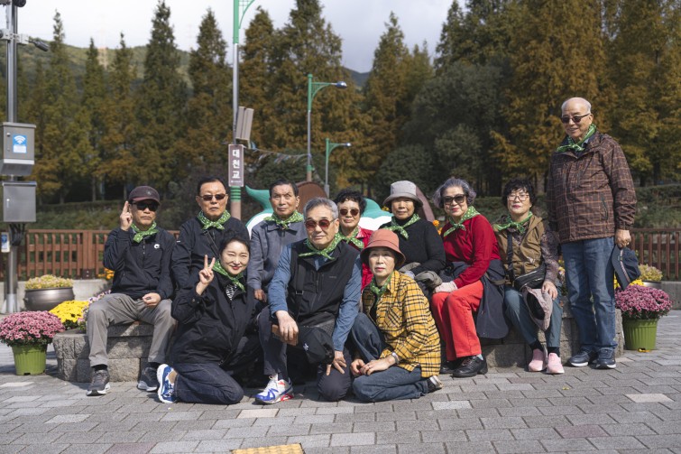 YTo1ODp7czo4OiJGaWxlTmFtZSI7czo0MDoiYTMxMGUzNmItZjI2MC00Mjk0LTlmMzItZjVmOTQ2YzU0ODBkLmpwZyI7czoxMjoiRmlsZURhdGVUaW1lIjtpOjE3NjEyOTgxMDI7czo4OiJGaWxlU2l6ZSI7aToxODY0MTM4O3M6ODoiRmlsZVR5cGUiO2k6MjtzOjg6Ik1pbWVUeXBlIjtzOjEwOiJpbWFnZS9qcGVnIjtzOjEzOiJTZWN0aW9uc0ZvdW5kIjtzOjMwOiJBTllfVEFHLCBJRkQwLCBUSFVNQk5BSUwsIEVYSUYiO3M6ODoiQ09NUFVURUQiO2E6OTp7czo0OiJodG1sIjtzOjI2OiJ3aWR0aD0iMTc1MiIgaGVpZ2h0PSIxMTY4IiI7czo2OiJIZWlnaHQiO2k6MTE2ODtzOjU6IldpZHRoIjtpOjE3NTI7czo3OiJJc0NvbG9yIjtpOjE7czoxNzoiQnl0ZU9yZGVyTW90b3JvbGEiO2k6MDtzOjE1OiJBcGVydHVyZUZOdW1iZXIiO3M6NToiZi8zLjIiO3M6OToiQ29weXJpZ2h0IjtzOjQ6IllBQkMiO3M6MTg6IlRodW1ibmFpbC5GaWxlVHlwZSI7aToyO3M6MTg6IlRodW1ibmFpbC5NaW1lVHlwZSI7czoxMDoiaW1hZ2UvanBlZyI7fXM6NDoiTWFrZSI7czo0OiJTT05ZIjtzOjU6Ik1vZGVsIjtzOjg6IklMQ0UtN000IjtzOjExOiJYUmVzb2x1dGlvbiI7czo1OiIyNDAvMSI7czoxMToiWVJlc29sdXRpb24iO3M6NToiMjQwLzEiO3M6MTQ6IlJlc29sdXRpb25Vbml0IjtpOjI7czo4OiJTb2Z0d2FyZSI7czo1MjoiQWRvYmUgUGhvdG9zaG9wIExpZ2h0cm9vbSBDbGFzc2ljIDE0LjUuMSAoTWFjaW50b3NoKSI7czo4OiJEYXRlVGltZSI7czoxOToiMjAyNToxMDoyNCAxODoyNDoyNiI7czo2OiJBcnRpc3QiO3M6NzoiWUFCQ19TRyI7czo5OiJDb3B5cmlnaHQiO3M6NDoiWUFCQyI7czoxNjoiRXhpZl9JRkRfUG9pbnRlciI7aToyNTQ7czo5OiJUSFVNQk5BSUwiO2E6Njp7czoxMToiQ29tcHJlc3Npb24iO2k6NjtzOjExOiJYUmVzb2x1dGlvbiI7czo0OiI3Mi8xIjtzOjExOiJZUmVzb2x1dGlvbiI7czo0OiI3Mi8xIjtzOjE0OiJSZXNvbHV0aW9uVW5pdCI7aToyO3M6MjE6IkpQRUdJbnRlcmNoYW5nZUZvcm1hdCI7aToxMDQwO3M6Mjc6IkpQRUdJbnRlcmNoYW5nZUZvcm1hdExlbmd0aCI7aToxOTY4Njt9czoxMjoiRXhwb3N1cmVUaW1lIjtzOjY6IjEvNDAwMCI7czo3OiJGTnVtYmVyIjtzOjU6IjMyLzEwIjtzOjE1OiJFeHBvc3VyZVByb2dyYW0iO2k6MTtzOjE1OiJJU09TcGVlZFJhdGluZ3MiO2k6MTI1O3M6MTk6IlVuZGVmaW5lZFRhZzoweDg4MzAiO2k6MjtzOjE5OiJVbmRlZmluZWRUYWc6MHg4ODMyIjtpOjEyNTtzOjExOiJFeGlmVmVyc2lvbiI7czo0OiIwMjMyIjtzOjE2OiJEYXRlVGltZU9yaWdpbmFsIjtzOjE5OiIyMDI1OjEwOjI0IDEwOjU4OjIzIjtzOjE3OiJEYXRlVGltZURpZ2l0aXplZCI7czoxOToiMjAyNToxMDoyNCAxMDo1ODoyMyI7czoxOToiVW5kZWZpbmVkVGFnOjB4OTAxMCI7czo2OiIrMDk6MDAiO3M6MTk6IlVuZGVmaW5lZFRhZzoweDkwMTEiO3M6NjoiKzA5OjAwIjtzOjE5OiJVbmRlZmluZWRUYWc6MHg5MDEyIjtzOjY6IiswOTowMCI7czoxNzoiU2h1dHRlclNwZWVkVmFsdWUiO3M6MTY6IjExOTY1Nzg0LzEwMDAwMDAiO3M6MTM6IkFwZXJ0dXJlVmFsdWUiO3M6MTU6IjMzNTYxNDQvMTAwMDAwMCI7czoxNToiQnJpZ2h0bmVzc1ZhbHVlIjtzOjEwOiIyMTA4NC8yNTYwIjtzOjE3OiJFeHBvc3VyZUJpYXNWYWx1ZSI7czo0OiIwLzEwIjtzOjE2OiJNYXhBcGVydHVyZVZhbHVlIjtzOjc6Ijc2MC8yNTYiO3M6MTI6Ik1ldGVyaW5nTW9kZSI7aTo1O3M6MTE6IkxpZ2h0U291cmNlIjtpOjI1NTtzOjU6IkZsYXNoIjtpOjE2O3M6MTE6IkZvY2FsTGVuZ3RoIjtzOjY6IjQyMC8xMCI7czoxODoiU3ViU2VjVGltZU9yaWdpbmFsIjtzOjM6Ijk4NSI7czoxOToiU3ViU2VjVGltZURpZ2l0aXplZCI7czozOiI5ODUiO3M6MTA6IkNvbG9yU3BhY2UiO2k6NjU1MzU7czoyMToiRm9jYWxQbGFuZVhSZXNvbHV0aW9uIjtzOjE0OiI2NDQ0OTMzOS8zMjc2OCI7czoyMToiRm9jYWxQbGFuZVlSZXNvbHV0aW9uIjtzOjE0OiI2NDQ0OTMzOS8zMjc2OCI7czoyNDoiRm9jYWxQbGFuZVJlc29sdXRpb25Vbml0IjtpOjM7czoxMDoiRmlsZVNvdXJjZSI7czoxOiIDIjtzOjk6IlNjZW5lVHlwZSI7czoxOiIBIjtzOjE0OiJDdXN0b21SZW5kZXJlZCI7aTowO3M6MTI6IkV4cG9zdXJlTW9kZSI7aToxO3M6MTI6IldoaXRlQmFsYW5jZSI7aToxO3M6MTY6IkRpZ2l0YWxab29tUmF0aW8iO3M6NToiMTYvMTYiO3M6MjE6IkZvY2FsTGVuZ3RoSW4zNW1tRmlsbSI7aTo0MjtzOjE2OiJTY2VuZUNhcHR1cmVUeXBlIjtpOjA7czo4OiJDb250cmFzdCI7aTowO3M6MTA6IlNhdHVyYXRpb24iO2k6MDtzOjk6IlNoYXJwbmVzcyI7aTowO3M6MTk6IlVuZGVmaW5lZFRhZzoweEE0MzIiO2E6NDp7aTowO3M6NjoiMjQwLzEwIjtpOjE7czo2OiI3MDAvMTAiO2k6MjtzOjU6IjI4LzEwIjtpOjM7czo1OiIyOC8xMCI7fXM6MTk6IlVuZGVmaW5lZFRhZzoweEE0MzQiO3M6MjE6IkZFIDI0LTcwbW0gRjIuOCBHTSBJSSI7fQ==