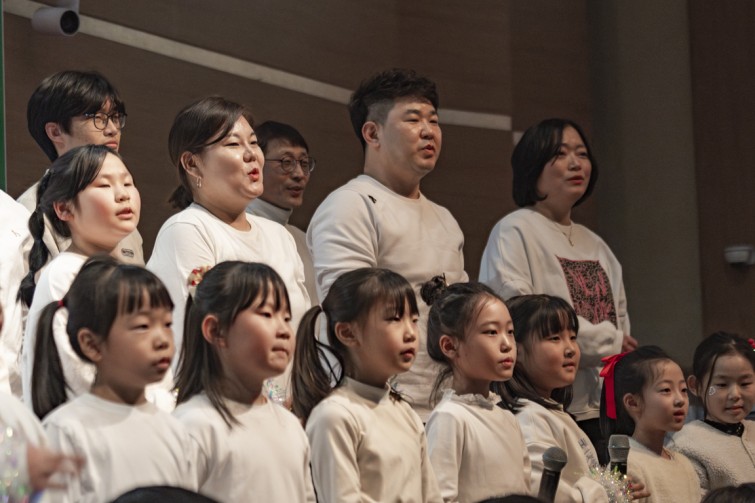 YTo1ODp7czo4OiJGaWxlTmFtZSI7czo0MDoiYTNiODJhMzEtMGFiYy00YWZhLTgzNmQtYzU3YmViNmEwYWNmLmpwZyI7czoxMjoiRmlsZURhdGVUaW1lIjtpOjE3NjY0NjQxODc7czo4OiJGaWxlU2l6ZSI7aTo2MTM0OTY7czo4OiJGaWxlVHlwZSI7aToyO3M6ODoiTWltZVR5cGUiO3M6MTA6ImltYWdlL2pwZWciO3M6MTM6IlNlY3Rpb25zRm91bmQiO3M6MzA6IkFOWV9UQUcsIElGRDAsIFRIVU1CTkFJTCwgRVhJRiI7czo4OiJDT01QVVRFRCI7YTo5OntzOjQ6Imh0bWwiO3M6MjU6IndpZHRoPSIxMTUyIiBoZWlnaHQ9Ijc2OCIiO3M6NjoiSGVpZ2h0IjtpOjc2ODtzOjU6IldpZHRoIjtpOjExNTI7czo3OiJJc0NvbG9yIjtpOjE7czoxNzoiQnl0ZU9yZGVyTW90b3JvbGEiO2k6MDtzOjE1OiJBcGVydHVyZUZOdW1iZXIiO3M6NToiZi80LjAiO3M6OToiQ29weXJpZ2h0IjtzOjQ6IllBQkMiO3M6MTg6IlRodW1ibmFpbC5GaWxlVHlwZSI7aToyO3M6MTg6IlRodW1ibmFpbC5NaW1lVHlwZSI7czoxMDoiaW1hZ2UvanBlZyI7fXM6NDoiTWFrZSI7czo0OiJTT05ZIjtzOjU6Ik1vZGVsIjtzOjg6IklMQ0UtN000IjtzOjExOiJYUmVzb2x1dGlvbiI7czo1OiIyNDAvMSI7czoxMToiWVJlc29sdXRpb24iO3M6NToiMjQwLzEiO3M6MTQ6IlJlc29sdXRpb25Vbml0IjtpOjI7czo4OiJTb2Z0d2FyZSI7czo1MDoiQWRvYmUgUGhvdG9zaG9wIExpZ2h0cm9vbSBDbGFzc2ljIDE1LjEgKE1hY2ludG9zaCkiO3M6ODoiRGF0ZVRpbWUiO3M6MTk6IjIwMjU6MTI6MjMgMTI6MDE6NDIiO3M6NjoiQXJ0aXN0IjtzOjc6IllBQkNfU0ciO3M6OToiQ29weXJpZ2h0IjtzOjQ6IllBQkMiO3M6MTY6IkV4aWZfSUZEX1BvaW50ZXIiO2k6MjUyO3M6OToiVEhVTUJOQUlMIjthOjY6e3M6MTE6IkNvbXByZXNzaW9uIjtpOjY7czoxMToiWFJlc29sdXRpb24iO3M6NDoiNzIvMSI7czoxMToiWVJlc29sdXRpb24iO3M6NDoiNzIvMSI7czoxNDoiUmVzb2x1dGlvblVuaXQiO2k6MjtzOjIxOiJKUEVHSW50ZXJjaGFuZ2VGb3JtYXQiO2k6MTAzODtzOjI3OiJKUEVHSW50ZXJjaGFuZ2VGb3JtYXRMZW5ndGgiO2k6MTUzMzM7fXM6MTI6IkV4cG9zdXJlVGltZSI7czo1OiIxLzE2MCI7czo3OiJGTnVtYmVyIjtzOjM6IjQvMSI7czoxNToiRXhwb3N1cmVQcm9ncmFtIjtpOjE7czoxNToiSVNPU3BlZWRSYXRpbmdzIjtpOjE2MDA7czoxOToiVW5kZWZpbmVkVGFnOjB4ODgzMCI7aToyO3M6MTk6IlVuZGVmaW5lZFRhZzoweDg4MzIiO2k6MTYwMDtzOjExOiJFeGlmVmVyc2lvbiI7czo0OiIwMjMyIjtzOjE2OiJEYXRlVGltZU9yaWdpbmFsIjtzOjE5OiIyMDI1OjEyOjIxIDEzOjUxOjM0IjtzOjE3OiJEYXRlVGltZURpZ2l0aXplZCI7czoxOToiMjAyNToxMjoyMSAxMzo1MTozNCI7czoxOToiVW5kZWZpbmVkVGFnOjB4OTAxMCI7czo2OiIrMDk6MDAiO3M6MTk6IlVuZGVmaW5lZFRhZzoweDkwMTEiO3M6NjoiKzA5OjAwIjtzOjE5OiJVbmRlZmluZWRUYWc6MHg5MDEyIjtzOjY6IiswOTowMCI7czoxNzoiU2h1dHRlclNwZWVkVmFsdWUiO3M6MTU6IjczMjE5MjgvMTAwMDAwMCI7czoxMzoiQXBlcnR1cmVWYWx1ZSI7czozOiI0LzEiO3M6MTU6IkJyaWdodG5lc3NWYWx1ZSI7czoxMDoiLTE3MTYvMjU2MCI7czoxNzoiRXhwb3N1cmVCaWFzVmFsdWUiO3M6NDoiMC8xMCI7czoxNjoiTWF4QXBlcnR1cmVWYWx1ZSI7czo4OiIxMDI0LzI1NiI7czoxMjoiTWV0ZXJpbmdNb2RlIjtpOjU7czoxMToiTGlnaHRTb3VyY2UiO2k6MDtzOjU6IkZsYXNoIjtpOjE2O3M6MTE6IkZvY2FsTGVuZ3RoIjtzOjY6Ijc4MC8xMCI7czoxODoiU3ViU2VjVGltZU9yaWdpbmFsIjtzOjM6Ijk2OCI7czoxOToiU3ViU2VjVGltZURpZ2l0aXplZCI7czozOiI5NjgiO3M6MTA6IkNvbG9yU3BhY2UiO2k6NjU1MzU7czoyMToiRm9jYWxQbGFuZVhSZXNvbHV0aW9uIjtzOjE0OiI2NDQ0OTMzOS8zMjc2OCI7czoyMToiRm9jYWxQbGFuZVlSZXNvbHV0aW9uIjtzOjE0OiI2NDQ0OTMzOS8zMjc2OCI7czoyNDoiRm9jYWxQbGFuZVJlc29sdXRpb25Vbml0IjtpOjM7czoxMDoiRmlsZVNvdXJjZSI7czoxOiIDIjtzOjk6IlNjZW5lVHlwZSI7czoxOiIBIjtzOjE0OiJDdXN0b21SZW5kZXJlZCI7aTowO3M6MTI6IkV4cG9zdXJlTW9kZSI7aToxO3M6MTI6IldoaXRlQmFsYW5jZSI7aTowO3M6MTY6IkRpZ2l0YWxab29tUmF0aW8iO3M6NToiMTYvMTYiO3M6MjE6IkZvY2FsTGVuZ3RoSW4zNW1tRmlsbSI7aToxMTc7czoxNjoiU2NlbmVDYXB0dXJlVHlwZSI7aTowO3M6ODoiQ29udHJhc3QiO2k6MDtzOjEwOiJTYXR1cmF0aW9uIjtpOjA7czo5OiJTaGFycG5lc3MiO2k6MDtzOjE5OiJVbmRlZmluZWRUYWc6MHhBNDMyIjthOjQ6e2k6MDtzOjY6IjcwMC8xMCI7aToxO3M6NzoiMjAwMC8xMCI7aToyO3M6NToiNDAvMTAiO2k6MztzOjU6IjQwLzEwIjt9czoxOToiVW5kZWZpbmVkVGFnOjB4QTQzNCI7czoyMDoiRkUgNzAtMjAwbW0gRjQgRyBPU1MiO30=