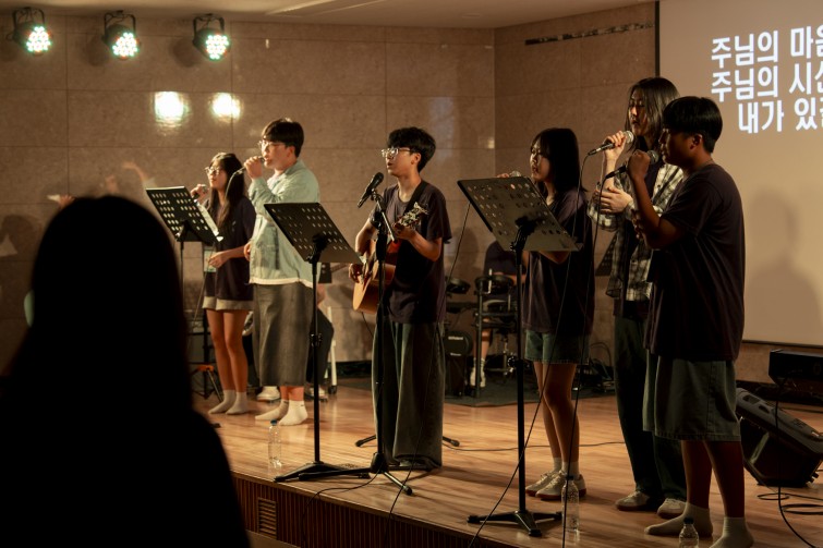 YTo1ODp7czo4OiJGaWxlTmFtZSI7czo0MDoiYTQ5NmQ1MTItMDhlMC00NzhlLTkwNjItN2RlYjFhYzZhNzdkLmpwZyI7czoxMjoiRmlsZURhdGVUaW1lIjtpOjE3NTM3NjYwODg7czo4OiJGaWxlU2l6ZSI7aToxMTkyNjY0O3M6ODoiRmlsZVR5cGUiO2k6MjtzOjg6Ik1pbWVUeXBlIjtzOjEwOiJpbWFnZS9qcGVnIjtzOjEzOiJTZWN0aW9uc0ZvdW5kIjtzOjMwOiJBTllfVEFHLCBJRkQwLCBUSFVNQk5BSUwsIEVYSUYiO3M6ODoiQ09NUFVURUQiO2E6OTp7czo0OiJodG1sIjtzOjI2OiJ3aWR0aD0iMTc1MiIgaGVpZ2h0PSIxMTY4IiI7czo2OiJIZWlnaHQiO2k6MTE2ODtzOjU6IldpZHRoIjtpOjE3NTI7czo3OiJJc0NvbG9yIjtpOjE7czoxNzoiQnl0ZU9yZGVyTW90b3JvbGEiO2k6MDtzOjE1OiJBcGVydHVyZUZOdW1iZXIiO3M6NToiZi80LjAiO3M6OToiQ29weXJpZ2h0IjtzOjQ6IllBQkMiO3M6MTg6IlRodW1ibmFpbC5GaWxlVHlwZSI7aToyO3M6MTg6IlRodW1ibmFpbC5NaW1lVHlwZSI7czoxMDoiaW1hZ2UvanBlZyI7fXM6NDoiTWFrZSI7czo0OiJTT05ZIjtzOjU6Ik1vZGVsIjtzOjg6IklMQ0UtN000IjtzOjExOiJYUmVzb2x1dGlvbiI7czo1OiIyNDAvMSI7czoxMToiWVJlc29sdXRpb24iO3M6NToiMjQwLzEiO3M6MTQ6IlJlc29sdXRpb25Vbml0IjtpOjI7czo4OiJTb2Z0d2FyZSI7czo1MDoiQWRvYmUgUGhvdG9zaG9wIExpZ2h0cm9vbSBDbGFzc2ljIDE0LjQgKE1hY2ludG9zaCkiO3M6ODoiRGF0ZVRpbWUiO3M6MTk6IjIwMjU6MDc6MjkgMTQ6MTQ6MzEiO3M6NjoiQXJ0aXN0IjtzOjc6IllBQkNfU0ciO3M6OToiQ29weXJpZ2h0IjtzOjQ6IllBQkMiO3M6MTY6IkV4aWZfSUZEX1BvaW50ZXIiO2k6MjUyO3M6OToiVEhVTUJOQUlMIjthOjY6e3M6MTE6IkNvbXByZXNzaW9uIjtpOjY7czoxMToiWFJlc29sdXRpb24iO3M6NDoiNzIvMSI7czoxMToiWVJlc29sdXRpb24iO3M6NDoiNzIvMSI7czoxNDoiUmVzb2x1dGlvblVuaXQiO2k6MjtzOjIxOiJKUEVHSW50ZXJjaGFuZ2VGb3JtYXQiO2k6MTAzODtzOjI3OiJKUEVHSW50ZXJjaGFuZ2VGb3JtYXRMZW5ndGgiO2k6MTUxOTQ7fXM6MTI6IkV4cG9zdXJlVGltZSI7czo0OiIxLzYwIjtzOjc6IkZOdW1iZXIiO3M6MzoiNC8xIjtzOjE1OiJFeHBvc3VyZVByb2dyYW0iO2k6MTtzOjE1OiJJU09TcGVlZFJhdGluZ3MiO2k6NjQwO3M6MTk6IlVuZGVmaW5lZFRhZzoweDg4MzAiO2k6MjtzOjE5OiJVbmRlZmluZWRUYWc6MHg4ODMyIjtpOjY0MDtzOjExOiJFeGlmVmVyc2lvbiI7czo0OiIwMjMyIjtzOjE2OiJEYXRlVGltZU9yaWdpbmFsIjtzOjE5OiIyMDI1OjA3OjI3IDIwOjI3OjU5IjtzOjE3OiJEYXRlVGltZURpZ2l0aXplZCI7czoxOToiMjAyNTowNzoyNyAyMDoyNzo1OSI7czoxOToiVW5kZWZpbmVkVGFnOjB4OTAxMCI7czo2OiIrMDk6MDAiO3M6MTk6IlVuZGVmaW5lZFRhZzoweDkwMTEiO3M6NjoiKzA5OjAwIjtzOjE5OiJVbmRlZmluZWRUYWc6MHg5MDEyIjtzOjY6IiswOTowMCI7czoxNzoiU2h1dHRlclNwZWVkVmFsdWUiO3M6MTU6IjU5MDY4OTEvMTAwMDAwMCI7czoxMzoiQXBlcnR1cmVWYWx1ZSI7czozOiI0LzEiO3M6MTU6IkJyaWdodG5lc3NWYWx1ZSI7czo5OiIxNzM0LzI1NjAiO3M6MTc6IkV4cG9zdXJlQmlhc1ZhbHVlIjtzOjQ6IjAvMTAiO3M6MTY6Ik1heEFwZXJ0dXJlVmFsdWUiO3M6NzoiNzYwLzI1NiI7czoxMjoiTWV0ZXJpbmdNb2RlIjtpOjU7czoxMToiTGlnaHRTb3VyY2UiO2k6MDtzOjU6IkZsYXNoIjtpOjE2O3M6MTE6IkZvY2FsTGVuZ3RoIjtzOjY6IjcwMC8xMCI7czoxODoiU3ViU2VjVGltZU9yaWdpbmFsIjtzOjM6IjQ2MyI7czoxOToiU3ViU2VjVGltZURpZ2l0aXplZCI7czozOiI0NjMiO3M6MTA6IkNvbG9yU3BhY2UiO2k6NjU1MzU7czoyMToiRm9jYWxQbGFuZVhSZXNvbHV0aW9uIjtzOjE0OiI2NDQ0OTMzOS8zMjc2OCI7czoyMToiRm9jYWxQbGFuZVlSZXNvbHV0aW9uIjtzOjE0OiI2NDQ0OTMzOS8zMjc2OCI7czoyNDoiRm9jYWxQbGFuZVJlc29sdXRpb25Vbml0IjtpOjM7czoxMDoiRmlsZVNvdXJjZSI7czoxOiIDIjtzOjk6IlNjZW5lVHlwZSI7czoxOiIBIjtzOjE0OiJDdXN0b21SZW5kZXJlZCI7aTowO3M6MTI6IkV4cG9zdXJlTW9kZSI7aToxO3M6MTI6IldoaXRlQmFsYW5jZSI7aToxO3M6MTY6IkRpZ2l0YWxab29tUmF0aW8iO3M6NToiMTYvMTYiO3M6MjE6IkZvY2FsTGVuZ3RoSW4zNW1tRmlsbSI7aTo3MDtzOjE2OiJTY2VuZUNhcHR1cmVUeXBlIjtpOjA7czo4OiJDb250cmFzdCI7aTowO3M6MTA6IlNhdHVyYXRpb24iO2k6MDtzOjk6IlNoYXJwbmVzcyI7aTowO3M6MTk6IlVuZGVmaW5lZFRhZzoweEE0MzIiO2E6NDp7aTowO3M6NjoiMjQwLzEwIjtpOjE7czo2OiI3MDAvMTAiO2k6MjtzOjU6IjI4LzEwIjtpOjM7czo1OiIyOC8xMCI7fXM6MTk6IlVuZGVmaW5lZFRhZzoweEE0MzQiO3M6MjE6IkZFIDI0LTcwbW0gRjIuOCBHTSBJSSI7fQ==