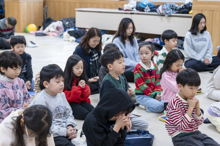 YTo1ODp7czo4OiJGaWxlTmFtZSI7czo0MDoiYTVkNmJjNWItZWY2OC00MjRhLTk3ODQtNDYzMDhmMTY0ZDVlLmpwZyI7czoxMjoiRmlsZURhdGVUaW1lIjtpOjE3Njc2NjY1ODc7czo4OiJGaWxlU2l6ZSI7aToxMjkwOTg5O3M6ODoiRmlsZVR5cGUiO2k6MjtzOjg6Ik1pbWVUeXBlIjtzOjEwOiJpbWFnZS9qcGVnIjtzOjEzOiJTZWN0aW9uc0ZvdW5kIjtzOjMwOiJBTllfVEFHLCBJRkQwLCBUSFVNQk5BSUwsIEVYSUYiO3M6ODoiQ09NUFVURUQiO2E6OTp7czo0OiJodG1sIjtzOjI2OiJ3aWR0aD0iMTY1NSIgaGVpZ2h0PSIxMTAzIiI7czo2OiJIZWlnaHQiO2k6MTEwMztzOjU6IldpZHRoIjtpOjE2NTU7czo3OiJJc0NvbG9yIjtpOjE7czoxNzoiQnl0ZU9yZGVyTW90b3JvbGEiO2k6MDtzOjE1OiJBcGVydHVyZUZOdW1iZXIiO3M6NToiZi80LjAiO3M6OToiQ29weXJpZ2h0IjtzOjQ6IllBQkMiO3M6MTg6IlRodW1ibmFpbC5GaWxlVHlwZSI7aToyO3M6MTg6IlRodW1ibmFpbC5NaW1lVHlwZSI7czoxMDoiaW1hZ2UvanBlZyI7fXM6NDoiTWFrZSI7czo0OiJTT05ZIjtzOjU6Ik1vZGVsIjtzOjg6IklMQ0UtN000IjtzOjExOiJYUmVzb2x1dGlvbiI7czo1OiIyNDAvMSI7czoxMToiWVJlc29sdXRpb24iO3M6NToiMjQwLzEiO3M6MTQ6IlJlc29sdXRpb25Vbml0IjtpOjI7czo4OiJTb2Z0d2FyZSI7czo1MDoiQWRvYmUgUGhvdG9zaG9wIExpZ2h0cm9vbSBDbGFzc2ljIDE1LjEgKE1hY2ludG9zaCkiO3M6ODoiRGF0ZVRpbWUiO3M6MTk6IjIwMjY6MDE6MDYgMTE6MjY6MzIiO3M6NjoiQXJ0aXN0IjtzOjc6IllBQkNfU0ciO3M6OToiQ29weXJpZ2h0IjtzOjQ6IllBQkMiO3M6MTY6IkV4aWZfSUZEX1BvaW50ZXIiO2k6MjUyO3M6OToiVEhVTUJOQUlMIjthOjY6e3M6MTE6IkNvbXByZXNzaW9uIjtpOjY7czoxMToiWFJlc29sdXRpb24iO3M6NDoiNzIvMSI7czoxMToiWVJlc29sdXRpb24iO3M6NDoiNzIvMSI7czoxNDoiUmVzb2x1dGlvblVuaXQiO2k6MjtzOjIxOiJKUEVHSW50ZXJjaGFuZ2VGb3JtYXQiO2k6MTAzODtzOjI3OiJKUEVHSW50ZXJjaGFuZ2VGb3JtYXRMZW5ndGgiO2k6MjA5NDk7fXM6MTI6IkV4cG9zdXJlVGltZSI7czo0OiIxLzgwIjtzOjc6IkZOdW1iZXIiO3M6MzoiNC8xIjtzOjE1OiJFeHBvc3VyZVByb2dyYW0iO2k6MTtzOjE1OiJJU09TcGVlZFJhdGluZ3MiO2k6MzIwO3M6MTk6IlVuZGVmaW5lZFRhZzoweDg4MzAiO2k6MjtzOjE5OiJVbmRlZmluZWRUYWc6MHg4ODMyIjtpOjMyMDtzOjExOiJFeGlmVmVyc2lvbiI7czo0OiIwMjMyIjtzOjE2OiJEYXRlVGltZU9yaWdpbmFsIjtzOjE5OiIyMDI2OjAxOjA0IDEyOjAxOjA0IjtzOjE3OiJEYXRlVGltZURpZ2l0aXplZCI7czoxOToiMjAyNjowMTowNCAxMjowMTowNCI7czoxOToiVW5kZWZpbmVkVGFnOjB4OTAxMCI7czo2OiIrMDk6MDAiO3M6MTk6IlVuZGVmaW5lZFRhZzoweDkwMTEiO3M6NjoiKzA5OjAwIjtzOjE5OiJVbmRlZmluZWRUYWc6MHg5MDEyIjtzOjY6IiswOTowMCI7czoxNzoiU2h1dHRlclNwZWVkVmFsdWUiO3M6MTU6IjYzMjE5MjgvMTAwMDAwMCI7czoxMzoiQXBlcnR1cmVWYWx1ZSI7czozOiI0LzEiO3M6MTU6IkJyaWdodG5lc3NWYWx1ZSI7czo5OiI2NjI0LzI1NjAiO3M6MTc6IkV4cG9zdXJlQmlhc1ZhbHVlIjtzOjQ6IjAvMTAiO3M6MTY6Ik1heEFwZXJ0dXJlVmFsdWUiO3M6NzoiNzYwLzI1NiI7czoxMjoiTWV0ZXJpbmdNb2RlIjtpOjU7czoxMToiTGlnaHRTb3VyY2UiO2k6MDtzOjU6IkZsYXNoIjtpOjE2O3M6MTE6IkZvY2FsTGVuZ3RoIjtzOjY6IjcwMC8xMCI7czoxODoiU3ViU2VjVGltZU9yaWdpbmFsIjtzOjM6IjM4MSI7czoxOToiU3ViU2VjVGltZURpZ2l0aXplZCI7czozOiIzODEiO3M6MTA6IkNvbG9yU3BhY2UiO2k6NjU1MzU7czoyMToiRm9jYWxQbGFuZVhSZXNvbHV0aW9uIjtzOjE0OiI2NDQ0OTMzOS8zMjc2OCI7czoyMToiRm9jYWxQbGFuZVlSZXNvbHV0aW9uIjtzOjE0OiI2NDQ0OTMzOS8zMjc2OCI7czoyNDoiRm9jYWxQbGFuZVJlc29sdXRpb25Vbml0IjtpOjM7czoxMDoiRmlsZVNvdXJjZSI7czoxOiIDIjtzOjk6IlNjZW5lVHlwZSI7czoxOiIBIjtzOjE0OiJDdXN0b21SZW5kZXJlZCI7aTowO3M6MTI6IkV4cG9zdXJlTW9kZSI7aToxO3M6MTI6IldoaXRlQmFsYW5jZSI7aTowO3M6MTY6IkRpZ2l0YWxab29tUmF0aW8iO3M6NToiMTYvMTYiO3M6MjE6IkZvY2FsTGVuZ3RoSW4zNW1tRmlsbSI7aTo3MDtzOjE2OiJTY2VuZUNhcHR1cmVUeXBlIjtpOjA7czo4OiJDb250cmFzdCI7aTowO3M6MTA6IlNhdHVyYXRpb24iO2k6MDtzOjk6IlNoYXJwbmVzcyI7aTowO3M6MTk6IlVuZGVmaW5lZFRhZzoweEE0MzIiO2E6NDp7aTowO3M6NjoiMjQwLzEwIjtpOjE7czo2OiI3MDAvMTAiO2k6MjtzOjU6IjI4LzEwIjtpOjM7czo1OiIyOC8xMCI7fXM6MTk6IlVuZGVmaW5lZFRhZzoweEE0MzQiO3M6MjE6IkZFIDI0LTcwbW0gRjIuOCBHTSBJSSI7fQ==