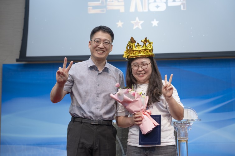 YTo1ODp7czo4OiJGaWxlTmFtZSI7czo0MDoiYTgxOWM4NTAtNGQ4Yi00MmJlLWE0OGItMGYzOWQ3YTRhYmVmLmpwZyI7czoxMjoiRmlsZURhdGVUaW1lIjtpOjE3NTcyMjM3MDQ7czo4OiJGaWxlU2l6ZSI7aToxMDIwNTc4O3M6ODoiRmlsZVR5cGUiO2k6MjtzOjg6Ik1pbWVUeXBlIjtzOjEwOiJpbWFnZS9qcGVnIjtzOjEzOiJTZWN0aW9uc0ZvdW5kIjtzOjMwOiJBTllfVEFHLCBJRkQwLCBUSFVNQk5BSUwsIEVYSUYiO3M6ODoiQ09NUFVURUQiO2E6OTp7czo0OiJodG1sIjtzOjI2OiJ3aWR0aD0iMTc1MiIgaGVpZ2h0PSIxMTY4IiI7czo2OiJIZWlnaHQiO2k6MTE2ODtzOjU6IldpZHRoIjtpOjE3NTI7czo3OiJJc0NvbG9yIjtpOjE7czoxNzoiQnl0ZU9yZGVyTW90b3JvbGEiO2k6MDtzOjE1OiJBcGVydHVyZUZOdW1iZXIiO3M6NToiZi8zLjIiO3M6OToiQ29weXJpZ2h0IjtzOjQ6IllBQkMiO3M6MTg6IlRodW1ibmFpbC5GaWxlVHlwZSI7aToyO3M6MTg6IlRodW1ibmFpbC5NaW1lVHlwZSI7czoxMDoiaW1hZ2UvanBlZyI7fXM6NDoiTWFrZSI7czo0OiJTT05ZIjtzOjU6Ik1vZGVsIjtzOjg6IklMQ0UtN000IjtzOjExOiJYUmVzb2x1dGlvbiI7czo1OiIyNDAvMSI7czoxMToiWVJlc29sdXRpb24iO3M6NToiMjQwLzEiO3M6MTQ6IlJlc29sdXRpb25Vbml0IjtpOjI7czo4OiJTb2Z0d2FyZSI7czo1MjoiQWRvYmUgUGhvdG9zaG9wIExpZ2h0cm9vbSBDbGFzc2ljIDE0LjUuMSAoTWFjaW50b3NoKSI7czo4OiJEYXRlVGltZSI7czoxOToiMjAyNTowOTowNyAxNDozOTo1MCI7czo2OiJBcnRpc3QiO3M6NzoiWUFCQ19TRyI7czo5OiJDb3B5cmlnaHQiO3M6NDoiWUFCQyI7czoxNjoiRXhpZl9JRkRfUG9pbnRlciI7aToyNTQ7czo5OiJUSFVNQk5BSUwiO2E6Njp7czoxMToiQ29tcHJlc3Npb24iO2k6NjtzOjExOiJYUmVzb2x1dGlvbiI7czo0OiI3Mi8xIjtzOjExOiJZUmVzb2x1dGlvbiI7czo0OiI3Mi8xIjtzOjE0OiJSZXNvbHV0aW9uVW5pdCI7aToyO3M6MjE6IkpQRUdJbnRlcmNoYW5nZUZvcm1hdCI7aToxMDQwO3M6Mjc6IkpQRUdJbnRlcmNoYW5nZUZvcm1hdExlbmd0aCI7aToxMjU2MDt9czoxMjoiRXhwb3N1cmVUaW1lIjtzOjQ6IjEvNjAiO3M6NzoiRk51bWJlciI7czo1OiIzMi8xMCI7czoxNToiRXhwb3N1cmVQcm9ncmFtIjtpOjE7czoxNToiSVNPU3BlZWRSYXRpbmdzIjtpOjE2MDtzOjE5OiJVbmRlZmluZWRUYWc6MHg4ODMwIjtpOjI7czoxOToiVW5kZWZpbmVkVGFnOjB4ODgzMiI7aToxNjA7czoxMToiRXhpZlZlcnNpb24iO3M6NDoiMDIzMiI7czoxNjoiRGF0ZVRpbWVPcmlnaW5hbCI7czoxOToiMjAyNTowOTowNiAxNDowNzozNiI7czoxNzoiRGF0ZVRpbWVEaWdpdGl6ZWQiO3M6MTk6IjIwMjU6MDk6MDYgMTQ6MDc6MzYiO3M6MTk6IlVuZGVmaW5lZFRhZzoweDkwMTAiO3M6NjoiKzA5OjAwIjtzOjE5OiJVbmRlZmluZWRUYWc6MHg5MDExIjtzOjY6IiswOTowMCI7czoxOToiVW5kZWZpbmVkVGFnOjB4OTAxMiI7czo2OiIrMDk6MDAiO3M6MTc6IlNodXR0ZXJTcGVlZFZhbHVlIjtzOjE1OiI1OTA2ODkxLzEwMDAwMDAiO3M6MTM6IkFwZXJ0dXJlVmFsdWUiO3M6MTU6IjMzNTYxNDQvMTAwMDAwMCI7czoxNToiQnJpZ2h0bmVzc1ZhbHVlIjtzOjk6Ijg1ODQvMjU2MCI7czoxNzoiRXhwb3N1cmVCaWFzVmFsdWUiO3M6NDoiMC8xMCI7czoxNjoiTWF4QXBlcnR1cmVWYWx1ZSI7czo3OiI3NjAvMjU2IjtzOjEyOiJNZXRlcmluZ01vZGUiO2k6NTtzOjExOiJMaWdodFNvdXJjZSI7aTowO3M6NToiRmxhc2giO2k6MTM7czoxMToiRm9jYWxMZW5ndGgiO3M6NjoiNDkwLzEwIjtzOjE4OiJTdWJTZWNUaW1lT3JpZ2luYWwiO3M6MzoiMDQ2IjtzOjE5OiJTdWJTZWNUaW1lRGlnaXRpemVkIjtzOjM6IjA0NiI7czoxMDoiQ29sb3JTcGFjZSI7aTo2NTUzNTtzOjIxOiJGb2NhbFBsYW5lWFJlc29sdXRpb24iO3M6MTQ6IjY0NDQ5MzM5LzMyNzY4IjtzOjIxOiJGb2NhbFBsYW5lWVJlc29sdXRpb24iO3M6MTQ6IjY0NDQ5MzM5LzMyNzY4IjtzOjI0OiJGb2NhbFBsYW5lUmVzb2x1dGlvblVuaXQiO2k6MztzOjEwOiJGaWxlU291cmNlIjtzOjE6IgMiO3M6OToiU2NlbmVUeXBlIjtzOjE6IgEiO3M6MTQ6IkN1c3RvbVJlbmRlcmVkIjtpOjA7czoxMjoiRXhwb3N1cmVNb2RlIjtpOjE7czoxMjoiV2hpdGVCYWxhbmNlIjtpOjE7czoxNjoiRGlnaXRhbFpvb21SYXRpbyI7czo1OiIxNi8xNiI7czoyMToiRm9jYWxMZW5ndGhJbjM1bW1GaWxtIjtpOjQ5O3M6MTY6IlNjZW5lQ2FwdHVyZVR5cGUiO2k6MDtzOjg6IkNvbnRyYXN0IjtpOjA7czoxMDoiU2F0dXJhdGlvbiI7aTowO3M6OToiU2hhcnBuZXNzIjtpOjA7czoxOToiVW5kZWZpbmVkVGFnOjB4QTQzMiI7YTo0OntpOjA7czo2OiIyNDAvMTAiO2k6MTtzOjY6IjcwMC8xMCI7aToyO3M6NToiMjgvMTAiO2k6MztzOjU6IjI4LzEwIjt9czoxOToiVW5kZWZpbmVkVGFnOjB4QTQzNCI7czoyMToiRkUgMjQtNzBtbSBGMi44IEdNIElJIjt9