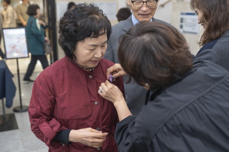 YTo1ODp7czo4OiJGaWxlTmFtZSI7czo0MDoiYWJjZDdlY2EtZDcwOC00YTM0LTgwNDktNmMxMDZmNTJmODc0LmpwZyI7czoxMjoiRmlsZURhdGVUaW1lIjtpOjE3NDcwOTY4MjQ7czo4OiJGaWxlU2l6ZSI7aToxMjAwMTA1O3M6ODoiRmlsZVR5cGUiO2k6MjtzOjg6Ik1pbWVUeXBlIjtzOjEwOiJpbWFnZS9qcGVnIjtzOjEzOiJTZWN0aW9uc0ZvdW5kIjtzOjMwOiJBTllfVEFHLCBJRkQwLCBUSFVNQk5BSUwsIEVYSUYiO3M6ODoiQ09NUFVURUQiO2E6OTp7czo0OiJodG1sIjtzOjI2OiJ3aWR0aD0iMTc1MiIgaGVpZ2h0PSIxMTY4IiI7czo2OiJIZWlnaHQiO2k6MTE2ODtzOjU6IldpZHRoIjtpOjE3NTI7czo3OiJJc0NvbG9yIjtpOjE7czoxNzoiQnl0ZU9yZGVyTW90b3JvbGEiO2k6MDtzOjE1OiJBcGVydHVyZUZOdW1iZXIiO3M6NToiZi8yLjgiO3M6OToiQ29weXJpZ2h0IjtzOjQ6IllBQkMiO3M6MTg6IlRodW1ibmFpbC5GaWxlVHlwZSI7aToyO3M6MTg6IlRodW1ibmFpbC5NaW1lVHlwZSI7czoxMDoiaW1hZ2UvanBlZyI7fXM6NDoiTWFrZSI7czo0OiJTT05ZIjtzOjU6Ik1vZGVsIjtzOjg6IklMQ0UtN000IjtzOjExOiJYUmVzb2x1dGlvbiI7czo1OiIyNDAvMSI7czoxMToiWVJlc29sdXRpb24iO3M6NToiMjQwLzEiO3M6MTQ6IlJlc29sdXRpb25Vbml0IjtpOjI7czo4OiJTb2Z0d2FyZSI7czo1MjoiQWRvYmUgUGhvdG9zaG9wIExpZ2h0cm9vbSBDbGFzc2ljIDE0LjMuMSAoTWFjaW50b3NoKSI7czo4OiJEYXRlVGltZSI7czoxOToiMjAyNTowNToxMSAyMToyMjozNyI7czo2OiJBcnRpc3QiO3M6NzoiWUFCQ19TRyI7czo5OiJDb3B5cmlnaHQiO3M6NDoiWUFCQyI7czoxNjoiRXhpZl9JRkRfUG9pbnRlciI7aToyNTQ7czo5OiJUSFVNQk5BSUwiO2E6Njp7czoxMToiQ29tcHJlc3Npb24iO2k6NjtzOjExOiJYUmVzb2x1dGlvbiI7czo0OiI3Mi8xIjtzOjExOiJZUmVzb2x1dGlvbiI7czo0OiI3Mi8xIjtzOjE0OiJSZXNvbHV0aW9uVW5pdCI7aToyO3M6MjE6IkpQRUdJbnRlcmNoYW5nZUZvcm1hdCI7aToxMDQwO3M6Mjc6IkpQRUdJbnRlcmNoYW5nZUZvcm1hdExlbmd0aCI7aToxMzc3Nzt9czoxMjoiRXhwb3N1cmVUaW1lIjtzOjU6IjEvMTYwIjtzOjc6IkZOdW1iZXIiO3M6NToiMjgvMTAiO3M6MTU6IkV4cG9zdXJlUHJvZ3JhbSI7aToxO3M6MTU6IklTT1NwZWVkUmF0aW5ncyI7aTo1MDA7czoxOToiVW5kZWZpbmVkVGFnOjB4ODgzMCI7aToyO3M6MTk6IlVuZGVmaW5lZFRhZzoweDg4MzIiO2k6NTAwO3M6MTE6IkV4aWZWZXJzaW9uIjtzOjQ6IjAyMzIiO3M6MTY6IkRhdGVUaW1lT3JpZ2luYWwiO3M6MTk6IjIwMjU6MDU6MTEgMDk6MTY6MDYiO3M6MTc6IkRhdGVUaW1lRGlnaXRpemVkIjtzOjE5OiIyMDI1OjA1OjExIDA5OjE2OjA2IjtzOjE5OiJVbmRlZmluZWRUYWc6MHg5MDEwIjtzOjY6IiswOTowMCI7czoxOToiVW5kZWZpbmVkVGFnOjB4OTAxMSI7czo2OiIrMDk6MDAiO3M6MTk6IlVuZGVmaW5lZFRhZzoweDkwMTIiO3M6NjoiKzA5OjAwIjtzOjE3OiJTaHV0dGVyU3BlZWRWYWx1ZSI7czoxNToiNzMyMTkyOC8xMDAwMDAwIjtzOjEzOiJBcGVydHVyZVZhbHVlIjtzOjE1OiIyOTcwODU0LzEwMDAwMDAiO3M6MTU6IkJyaWdodG5lc3NWYWx1ZSI7czo5OiIxNDI0LzI1NjAiO3M6MTc6IkV4cG9zdXJlQmlhc1ZhbHVlIjtzOjQ6IjAvMTAiO3M6MTY6Ik1heEFwZXJ0dXJlVmFsdWUiO3M6NzoiNzYwLzI1NiI7czoxMjoiTWV0ZXJpbmdNb2RlIjtpOjU7czoxMToiTGlnaHRTb3VyY2UiO2k6MDtzOjU6IkZsYXNoIjtpOjE1O3M6MTE6IkZvY2FsTGVuZ3RoIjtzOjY6IjQwMC8xMCI7czoxODoiU3ViU2VjVGltZU9yaWdpbmFsIjtzOjM6IjcwMiI7czoxOToiU3ViU2VjVGltZURpZ2l0aXplZCI7czozOiI3MDIiO3M6MTA6IkNvbG9yU3BhY2UiO2k6NjU1MzU7czoyMToiRm9jYWxQbGFuZVhSZXNvbHV0aW9uIjtzOjE0OiI2NDQ0OTMzOS8zMjc2OCI7czoyMToiRm9jYWxQbGFuZVlSZXNvbHV0aW9uIjtzOjE0OiI2NDQ0OTMzOS8zMjc2OCI7czoyNDoiRm9jYWxQbGFuZVJlc29sdXRpb25Vbml0IjtpOjM7czoxMDoiRmlsZVNvdXJjZSI7czoxOiIDIjtzOjk6IlNjZW5lVHlwZSI7czoxOiIBIjtzOjE0OiJDdXN0b21SZW5kZXJlZCI7aTowO3M6MTI6IkV4cG9zdXJlTW9kZSI7aToxO3M6MTI6IldoaXRlQmFsYW5jZSI7aTowO3M6MTY6IkRpZ2l0YWxab29tUmF0aW8iO3M6NToiMTYvMTYiO3M6MjE6IkZvY2FsTGVuZ3RoSW4zNW1tRmlsbSI7aTo0MDtzOjE2OiJTY2VuZUNhcHR1cmVUeXBlIjtpOjA7czo4OiJDb250cmFzdCI7aTowO3M6MTA6IlNhdHVyYXRpb24iO2k6MDtzOjk6IlNoYXJwbmVzcyI7aTowO3M6MTk6IlVuZGVmaW5lZFRhZzoweEE0MzIiO2E6NDp7aTowO3M6NjoiMjQwLzEwIjtpOjE7czo2OiI3MDAvMTAiO2k6MjtzOjU6IjI4LzEwIjtpOjM7czo1OiIyOC8xMCI7fXM6MTk6IlVuZGVmaW5lZFRhZzoweEE0MzQiO3M6MjE6IkZFIDI0LTcwbW0gRjIuOCBHTSBJSSI7fQ==