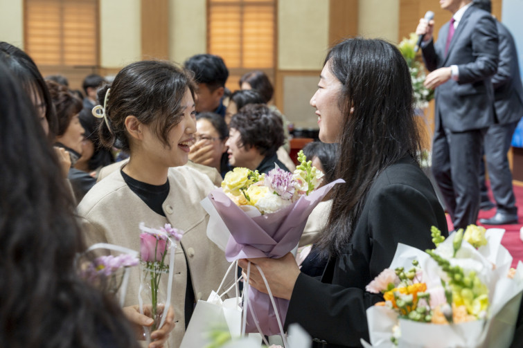 YTo1ODp7czo4OiJGaWxlTmFtZSI7czo0MDoiYWVlYWYzYTctZWMzYS00YTQ0LWJkZDUtN2Y5MzQxNmY4OWE2LmpwZyI7czoxMjoiRmlsZURhdGVUaW1lIjtpOjE3NzUzNjgyNDM7czo4OiJGaWxlU2l6ZSI7aToxODEzMjY0O3M6ODoiRmlsZVR5cGUiO2k6MjtzOjg6Ik1pbWVUeXBlIjtzOjEwOiJpbWFnZS9qcGVnIjtzOjEzOiJTZWN0aW9uc0ZvdW5kIjtzOjMwOiJBTllfVEFHLCBJRkQwLCBUSFVNQk5BSUwsIEVYSUYiO3M6ODoiQ09NUFVURUQiO2E6OTp7czo0OiJodG1sIjtzOjI2OiJ3aWR0aD0iMjE2NyIgaGVpZ2h0PSIxNDQ1IiI7czo2OiJIZWlnaHQiO2k6MTQ0NTtzOjU6IldpZHRoIjtpOjIxNjc7czo3OiJJc0NvbG9yIjtpOjE7czoxNzoiQnl0ZU9yZGVyTW90b3JvbGEiO2k6MDtzOjE1OiJBcGVydHVyZUZOdW1iZXIiO3M6NToiZi80LjAiO3M6OToiQ29weXJpZ2h0IjtzOjQ6IllBQkMiO3M6MTg6IlRodW1ibmFpbC5GaWxlVHlwZSI7aToyO3M6MTg6IlRodW1ibmFpbC5NaW1lVHlwZSI7czoxMDoiaW1hZ2UvanBlZyI7fXM6NDoiTWFrZSI7czo0OiJTT05ZIjtzOjU6Ik1vZGVsIjtzOjg6IklMQ0UtN000IjtzOjExOiJYUmVzb2x1dGlvbiI7czo1OiIyNDAvMSI7czoxMToiWVJlc29sdXRpb24iO3M6NToiMjQwLzEiO3M6MTQ6IlJlc29sdXRpb25Vbml0IjtpOjI7czo4OiJTb2Z0d2FyZSI7czo1MDoiQWRvYmUgUGhvdG9zaG9wIExpZ2h0cm9vbSBDbGFzc2ljIDE1LjIgKE1hY2ludG9zaCkiO3M6ODoiRGF0ZVRpbWUiO3M6MTk6IjIwMjY6MDQ6MDUgMTQ6MzE6MDgiO3M6NjoiQXJ0aXN0IjtzOjc6IllBQkNfU0ciO3M6OToiQ29weXJpZ2h0IjtzOjQ6IllBQkMiO3M6MTY6IkV4aWZfSUZEX1BvaW50ZXIiO2k6MjUyO3M6OToiVEhVTUJOQUlMIjthOjY6e3M6MTE6IkNvbXByZXNzaW9uIjtpOjY7czoxMToiWFJlc29sdXRpb24iO3M6NDoiNzIvMSI7czoxMToiWVJlc29sdXRpb24iO3M6NDoiNzIvMSI7czoxNDoiUmVzb2x1dGlvblVuaXQiO2k6MjtzOjIxOiJKUEVHSW50ZXJjaGFuZ2VGb3JtYXQiO2k6MTAzODtzOjI3OiJKUEVHSW50ZXJjaGFuZ2VGb3JtYXRMZW5ndGgiO2k6MTcxNjI7fXM6MTI6IkV4cG9zdXJlVGltZSI7czo0OiIxLzYwIjtzOjc6IkZOdW1iZXIiO3M6MzoiNC8xIjtzOjE1OiJFeHBvc3VyZVByb2dyYW0iO2k6MTtzOjE1OiJJU09TcGVlZFJhdGluZ3MiO2k6MTI1O3M6MTk6IlVuZGVmaW5lZFRhZzoweDg4MzAiO2k6MjtzOjE5OiJVbmRlZmluZWRUYWc6MHg4ODMyIjtpOjEyNTtzOjExOiJFeGlmVmVyc2lvbiI7czo0OiIwMjMyIjtzOjE2OiJEYXRlVGltZU9yaWdpbmFsIjtzOjE5OiIyMDI2OjA0OjA0IDE1OjQzOjQ4IjtzOjE3OiJEYXRlVGltZURpZ2l0aXplZCI7czoxOToiMjAyNjowNDowNCAxNTo0Mzo0OCI7czoxOToiVW5kZWZpbmVkVGFnOjB4OTAxMCI7czo2OiIrMDk6MDAiO3M6MTk6IlVuZGVmaW5lZFRhZzoweDkwMTEiO3M6NjoiKzA5OjAwIjtzOjE5OiJVbmRlZmluZWRUYWc6MHg5MDEyIjtzOjY6IiswOTowMCI7czoxNzoiU2h1dHRlclNwZWVkVmFsdWUiO3M6MTU6IjU5MDY4OTEvMTAwMDAwMCI7czoxMzoiQXBlcnR1cmVWYWx1ZSI7czozOiI0LzEiO3M6MTU6IkJyaWdodG5lc3NWYWx1ZSI7czo5OiI1NzQ0LzI1NjAiO3M6MTc6IkV4cG9zdXJlQmlhc1ZhbHVlIjtzOjQ6IjAvMTAiO3M6MTY6Ik1heEFwZXJ0dXJlVmFsdWUiO3M6NzoiNzYwLzI1NiI7czoxMjoiTWV0ZXJpbmdNb2RlIjtpOjU7czoxMToiTGlnaHRTb3VyY2UiO2k6MDtzOjU6IkZsYXNoIjtpOjEzO3M6MTE6IkZvY2FsTGVuZ3RoIjtzOjY6IjQ1MC8xMCI7czoxODoiU3ViU2VjVGltZU9yaWdpbmFsIjtzOjM6IjcyMiI7czoxOToiU3ViU2VjVGltZURpZ2l0aXplZCI7czozOiI3MjIiO3M6MTA6IkNvbG9yU3BhY2UiO2k6NjU1MzU7czoyMToiRm9jYWxQbGFuZVhSZXNvbHV0aW9uIjtzOjE0OiI2NDQ0OTMzOS8zMjc2OCI7czoyMToiRm9jYWxQbGFuZVlSZXNvbHV0aW9uIjtzOjE0OiI2NDQ0OTMzOS8zMjc2OCI7czoyNDoiRm9jYWxQbGFuZVJlc29sdXRpb25Vbml0IjtpOjM7czoxMDoiRmlsZVNvdXJjZSI7czoxOiIDIjtzOjk6IlNjZW5lVHlwZSI7czoxOiIBIjtzOjE0OiJDdXN0b21SZW5kZXJlZCI7aTowO3M6MTI6IkV4cG9zdXJlTW9kZSI7aToxO3M6MTI6IldoaXRlQmFsYW5jZSI7aTowO3M6MTY6IkRpZ2l0YWxab29tUmF0aW8iO3M6NToiMTYvMTYiO3M6MjE6IkZvY2FsTGVuZ3RoSW4zNW1tRmlsbSI7aTo0NTtzOjE2OiJTY2VuZUNhcHR1cmVUeXBlIjtpOjA7czo4OiJDb250cmFzdCI7aTowO3M6MTA6IlNhdHVyYXRpb24iO2k6MDtzOjk6IlNoYXJwbmVzcyI7aTowO3M6MTk6IlVuZGVmaW5lZFRhZzoweEE0MzIiO2E6NDp7aTowO3M6NjoiMjQwLzEwIjtpOjE7czo2OiI3MDAvMTAiO2k6MjtzOjU6IjI4LzEwIjtpOjM7czo1OiIyOC8xMCI7fXM6MTk6IlVuZGVmaW5lZFRhZzoweEE0MzQiO3M6MjE6IkZFIDI0LTcwbW0gRjIuOCBHTSBJSSI7fQ==