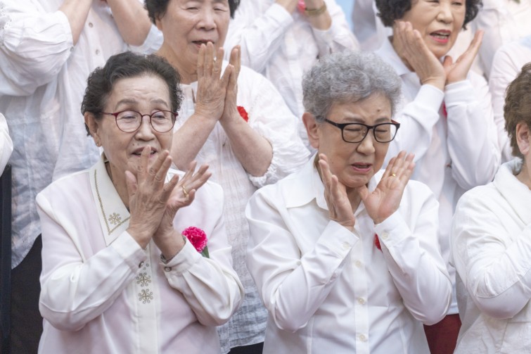 YTo1ODp7czo4OiJGaWxlTmFtZSI7czo0MDoiYWZmZmMyN2QtOGY1Yy00YmJmLTk5MGUtMDJjMzU3YmJiN2I5LmpwZyI7czoxMjoiRmlsZURhdGVUaW1lIjtpOjE3NDcwOTY4Mjk7czo4OiJGaWxlU2l6ZSI7aToxMTg1MDgyO3M6ODoiRmlsZVR5cGUiO2k6MjtzOjg6Ik1pbWVUeXBlIjtzOjEwOiJpbWFnZS9qcGVnIjtzOjEzOiJTZWN0aW9uc0ZvdW5kIjtzOjMwOiJBTllfVEFHLCBJRkQwLCBUSFVNQk5BSUwsIEVYSUYiO3M6ODoiQ09NUFVURUQiO2E6OTp7czo0OiJodG1sIjtzOjI2OiJ3aWR0aD0iMTc1MiIgaGVpZ2h0PSIxMTY4IiI7czo2OiJIZWlnaHQiO2k6MTE2ODtzOjU6IldpZHRoIjtpOjE3NTI7czo3OiJJc0NvbG9yIjtpOjE7czoxNzoiQnl0ZU9yZGVyTW90b3JvbGEiO2k6MDtzOjE1OiJBcGVydHVyZUZOdW1iZXIiO3M6NToiZi80LjAiO3M6OToiQ29weXJpZ2h0IjtzOjQ6IllBQkMiO3M6MTg6IlRodW1ibmFpbC5GaWxlVHlwZSI7aToyO3M6MTg6IlRodW1ibmFpbC5NaW1lVHlwZSI7czoxMDoiaW1hZ2UvanBlZyI7fXM6NDoiTWFrZSI7czo0OiJTT05ZIjtzOjU6Ik1vZGVsIjtzOjg6IklMQ0UtN000IjtzOjExOiJYUmVzb2x1dGlvbiI7czo1OiIyNDAvMSI7czoxMToiWVJlc29sdXRpb24iO3M6NToiMjQwLzEiO3M6MTQ6IlJlc29sdXRpb25Vbml0IjtpOjI7czo4OiJTb2Z0d2FyZSI7czo1MjoiQWRvYmUgUGhvdG9zaG9wIExpZ2h0cm9vbSBDbGFzc2ljIDE0LjMuMSAoTWFjaW50b3NoKSI7czo4OiJEYXRlVGltZSI7czoxOToiMjAyNTowNToxMSAyMToyMjo0NyI7czo2OiJBcnRpc3QiO3M6NzoiWUFCQ19TRyI7czo5OiJDb3B5cmlnaHQiO3M6NDoiWUFCQyI7czoxNjoiRXhpZl9JRkRfUG9pbnRlciI7aToyNTQ7czo5OiJUSFVNQk5BSUwiO2E6Njp7czoxMToiQ29tcHJlc3Npb24iO2k6NjtzOjExOiJYUmVzb2x1dGlvbiI7czo0OiI3Mi8xIjtzOjExOiJZUmVzb2x1dGlvbiI7czo0OiI3Mi8xIjtzOjE0OiJSZXNvbHV0aW9uVW5pdCI7aToyO3M6MjE6IkpQRUdJbnRlcmNoYW5nZUZvcm1hdCI7aToxMDQwO3M6Mjc6IkpQRUdJbnRlcmNoYW5nZUZvcm1hdExlbmd0aCI7aToxNDg3ODt9czoxMjoiRXhwb3N1cmVUaW1lIjtzOjU6IjEvMTYwIjtzOjc6IkZOdW1iZXIiO3M6MzoiNC8xIjtzOjE1OiJFeHBvc3VyZVByb2dyYW0iO2k6MTtzOjE1OiJJU09TcGVlZFJhdGluZ3MiO2k6NTAwO3M6MTk6IlVuZGVmaW5lZFRhZzoweDg4MzAiO2k6MjtzOjE5OiJVbmRlZmluZWRUYWc6MHg4ODMyIjtpOjUwMDtzOjExOiJFeGlmVmVyc2lvbiI7czo0OiIwMjMyIjtzOjE2OiJEYXRlVGltZU9yaWdpbmFsIjtzOjE5OiIyMDI1OjA1OjExIDExOjQ2OjA1IjtzOjE3OiJEYXRlVGltZURpZ2l0aXplZCI7czoxOToiMjAyNTowNToxMSAxMTo0NjowNSI7czoxOToiVW5kZWZpbmVkVGFnOjB4OTAxMCI7czo2OiIrMDk6MDAiO3M6MTk6IlVuZGVmaW5lZFRhZzoweDkwMTEiO3M6NjoiKzA5OjAwIjtzOjE5OiJVbmRlZmluZWRUYWc6MHg5MDEyIjtzOjY6IiswOTowMCI7czoxNzoiU2h1dHRlclNwZWVkVmFsdWUiO3M6MTU6IjczMjE5MjgvMTAwMDAwMCI7czoxMzoiQXBlcnR1cmVWYWx1ZSI7czozOiI0LzEiO3M6MTU6IkJyaWdodG5lc3NWYWx1ZSI7czo5OiI2OTY0LzI1NjAiO3M6MTc6IkV4cG9zdXJlQmlhc1ZhbHVlIjtzOjQ6IjAvMTAiO3M6MTY6Ik1heEFwZXJ0dXJlVmFsdWUiO3M6ODoiMTAyNC8yNTYiO3M6MTI6Ik1ldGVyaW5nTW9kZSI7aTo1O3M6MTE6IkxpZ2h0U291cmNlIjtpOjA7czo1OiJGbGFzaCI7aToxNjtzOjExOiJGb2NhbExlbmd0aCI7czo3OiIxNjUwLzEwIjtzOjE4OiJTdWJTZWNUaW1lT3JpZ2luYWwiO3M6MzoiMTM5IjtzOjE5OiJTdWJTZWNUaW1lRGlnaXRpemVkIjtzOjM6IjEzOSI7czoxMDoiQ29sb3JTcGFjZSI7aTo2NTUzNTtzOjIxOiJGb2NhbFBsYW5lWFJlc29sdXRpb24iO3M6MTQ6IjY0NDQ5MzM5LzMyNzY4IjtzOjIxOiJGb2NhbFBsYW5lWVJlc29sdXRpb24iO3M6MTQ6IjY0NDQ5MzM5LzMyNzY4IjtzOjI0OiJGb2NhbFBsYW5lUmVzb2x1dGlvblVuaXQiO2k6MztzOjEwOiJGaWxlU291cmNlIjtzOjE6IgMiO3M6OToiU2NlbmVUeXBlIjtzOjE6IgEiO3M6MTQ6IkN1c3RvbVJlbmRlcmVkIjtpOjA7czoxMjoiRXhwb3N1cmVNb2RlIjtpOjE7czoxMjoiV2hpdGVCYWxhbmNlIjtpOjA7czoxNjoiRGlnaXRhbFpvb21SYXRpbyI7czo1OiIxNi8xNiI7czoyMToiRm9jYWxMZW5ndGhJbjM1bW1GaWxtIjtpOjE2NTtzOjE2OiJTY2VuZUNhcHR1cmVUeXBlIjtpOjA7czo4OiJDb250cmFzdCI7aTowO3M6MTA6IlNhdHVyYXRpb24iO2k6MDtzOjk6IlNoYXJwbmVzcyI7aTowO3M6MTk6IlVuZGVmaW5lZFRhZzoweEE0MzIiO2E6NDp7aTowO3M6NjoiNzAwLzEwIjtpOjE7czo3OiIyMDAwLzEwIjtpOjI7czo1OiI0MC8xMCI7aTozO3M6NToiNDAvMTAiO31zOjE5OiJVbmRlZmluZWRUYWc6MHhBNDM0IjtzOjIwOiJGRSA3MC0yMDBtbSBGNCBHIE9TUyI7fQ==