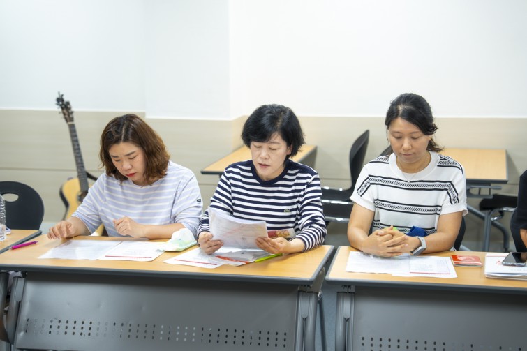 YTo1ODp7czo4OiJGaWxlTmFtZSI7czo0MDoiYjE4OWMwZWQtZWI1ZC00NWY4LWFjYzktNDFkMzk1OTg5NThjLmpwZyI7czoxMjoiRmlsZURhdGVUaW1lIjtpOjE3NDkzNjkwODQ7czo4OiJGaWxlU2l6ZSI7aToxMjI4NjQ1O3M6ODoiRmlsZVR5cGUiO2k6MjtzOjg6Ik1pbWVUeXBlIjtzOjEwOiJpbWFnZS9qcGVnIjtzOjEzOiJTZWN0aW9uc0ZvdW5kIjtzOjMwOiJBTllfVEFHLCBJRkQwLCBUSFVNQk5BSUwsIEVYSUYiO3M6ODoiQ09NUFVURUQiO2E6OTp7czo0OiJodG1sIjtzOjI2OiJ3aWR0aD0iMTc1MiIgaGVpZ2h0PSIxMTY4IiI7czo2OiJIZWlnaHQiO2k6MTE2ODtzOjU6IldpZHRoIjtpOjE3NTI7czo3OiJJc0NvbG9yIjtpOjE7czoxNzoiQnl0ZU9yZGVyTW90b3JvbGEiO2k6MDtzOjE1OiJBcGVydHVyZUZOdW1iZXIiO3M6NToiZi8yLjgiO3M6OToiQ29weXJpZ2h0IjtzOjQ6IllBQkMiO3M6MTg6IlRodW1ibmFpbC5GaWxlVHlwZSI7aToyO3M6MTg6IlRodW1ibmFpbC5NaW1lVHlwZSI7czoxMDoiaW1hZ2UvanBlZyI7fXM6NDoiTWFrZSI7czo0OiJTT05ZIjtzOjU6Ik1vZGVsIjtzOjg6IklMQ0UtN000IjtzOjExOiJYUmVzb2x1dGlvbiI7czo1OiIyNDAvMSI7czoxMToiWVJlc29sdXRpb24iO3M6NToiMjQwLzEiO3M6MTQ6IlJlc29sdXRpb25Vbml0IjtpOjI7czo4OiJTb2Z0d2FyZSI7czo1MjoiQWRvYmUgUGhvdG9zaG9wIExpZ2h0cm9vbSBDbGFzc2ljIDE0LjMuMSAoTWFjaW50b3NoKSI7czo4OiJEYXRlVGltZSI7czoxOToiMjAyNTowNjowOCAxNjoyMzowNyI7czo2OiJBcnRpc3QiO3M6NzoiWUFCQ19TRyI7czo5OiJDb3B5cmlnaHQiO3M6NDoiWUFCQyI7czoxNjoiRXhpZl9JRkRfUG9pbnRlciI7aToyNTQ7czo5OiJUSFVNQk5BSUwiO2E6Njp7czoxMToiQ29tcHJlc3Npb24iO2k6NjtzOjExOiJYUmVzb2x1dGlvbiI7czo0OiI3Mi8xIjtzOjExOiJZUmVzb2x1dGlvbiI7czo0OiI3Mi8xIjtzOjE0OiJSZXNvbHV0aW9uVW5pdCI7aToyO3M6MjE6IkpQRUdJbnRlcmNoYW5nZUZvcm1hdCI7aToxMDQwO3M6Mjc6IkpQRUdJbnRlcmNoYW5nZUZvcm1hdExlbmd0aCI7aToxMjgwNTt9czoxMjoiRXhwb3N1cmVUaW1lIjtzOjQ6IjEvNjAiO3M6NzoiRk51bWJlciI7czo1OiIyOC8xMCI7czoxNToiRXhwb3N1cmVQcm9ncmFtIjtpOjE7czoxNToiSVNPU3BlZWRSYXRpbmdzIjtpOjI1MDtzOjE5OiJVbmRlZmluZWRUYWc6MHg4ODMwIjtpOjI7czoxOToiVW5kZWZpbmVkVGFnOjB4ODgzMiI7aToyNTA7czoxMToiRXhpZlZlcnNpb24iO3M6NDoiMDIzMiI7czoxNjoiRGF0ZVRpbWVPcmlnaW5hbCI7czoxOToiMjAyNTowNjowNCAxMjowMDozOSI7czoxNzoiRGF0ZVRpbWVEaWdpdGl6ZWQiO3M6MTk6IjIwMjU6MDY6MDQgMTI6MDA6MzkiO3M6MTk6IlVuZGVmaW5lZFRhZzoweDkwMTAiO3M6NjoiKzA5OjAwIjtzOjE5OiJVbmRlZmluZWRUYWc6MHg5MDExIjtzOjY6IiswOTowMCI7czoxOToiVW5kZWZpbmVkVGFnOjB4OTAxMiI7czo2OiIrMDk6MDAiO3M6MTc6IlNodXR0ZXJTcGVlZFZhbHVlIjtzOjE1OiI1OTA2ODkxLzEwMDAwMDAiO3M6MTM6IkFwZXJ0dXJlVmFsdWUiO3M6MTU6IjI5NzA4NTQvMTAwMDAwMCI7czoxNToiQnJpZ2h0bmVzc1ZhbHVlIjtzOjk6Ijk5NTQvMjU2MCI7czoxNzoiRXhwb3N1cmVCaWFzVmFsdWUiO3M6NDoiMC8xMCI7czoxNjoiTWF4QXBlcnR1cmVWYWx1ZSI7czo3OiI3NjAvMjU2IjtzOjEyOiJNZXRlcmluZ01vZGUiO2k6NTtzOjExOiJMaWdodFNvdXJjZSI7aTowO3M6NToiRmxhc2giO2k6MTM7czoxMToiRm9jYWxMZW5ndGgiO3M6NjoiNjcwLzEwIjtzOjE4OiJTdWJTZWNUaW1lT3JpZ2luYWwiO3M6MzoiODg4IjtzOjE5OiJTdWJTZWNUaW1lRGlnaXRpemVkIjtzOjM6Ijg4OCI7czoxMDoiQ29sb3JTcGFjZSI7aTo2NTUzNTtzOjIxOiJGb2NhbFBsYW5lWFJlc29sdXRpb24iO3M6MTQ6IjY0NDQ5MzM5LzMyNzY4IjtzOjIxOiJGb2NhbFBsYW5lWVJlc29sdXRpb24iO3M6MTQ6IjY0NDQ5MzM5LzMyNzY4IjtzOjI0OiJGb2NhbFBsYW5lUmVzb2x1dGlvblVuaXQiO2k6MztzOjEwOiJGaWxlU291cmNlIjtzOjE6IgMiO3M6OToiU2NlbmVUeXBlIjtzOjE6IgEiO3M6MTQ6IkN1c3RvbVJlbmRlcmVkIjtpOjA7czoxMjoiRXhwb3N1cmVNb2RlIjtpOjE7czoxMjoiV2hpdGVCYWxhbmNlIjtpOjE7czoxNjoiRGlnaXRhbFpvb21SYXRpbyI7czo1OiIxNi8xNiI7czoyMToiRm9jYWxMZW5ndGhJbjM1bW1GaWxtIjtpOjY3O3M6MTY6IlNjZW5lQ2FwdHVyZVR5cGUiO2k6MDtzOjg6IkNvbnRyYXN0IjtpOjA7czoxMDoiU2F0dXJhdGlvbiI7aTowO3M6OToiU2hhcnBuZXNzIjtpOjA7czoxOToiVW5kZWZpbmVkVGFnOjB4QTQzMiI7YTo0OntpOjA7czo2OiIyNDAvMTAiO2k6MTtzOjY6IjcwMC8xMCI7aToyO3M6NToiMjgvMTAiO2k6MztzOjU6IjI4LzEwIjt9czoxOToiVW5kZWZpbmVkVGFnOjB4QTQzNCI7czoyMToiRkUgMjQtNzBtbSBGMi44IEdNIElJIjt9