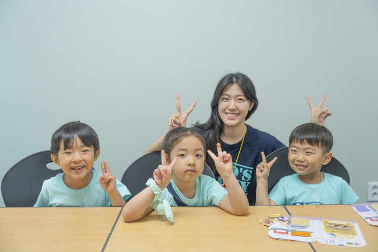 YTo1ODp7czo4OiJGaWxlTmFtZSI7czo0MDoiYjQxZjQ3YmMtMjQ2NC00ZTI1LWEyYzMtZTEwMDUzMzY4NGE3LmpwZyI7czoxMjoiRmlsZURhdGVUaW1lIjtpOjE3NTMxNDY1NTk7czo4OiJGaWxlU2l6ZSI7aTo4MjY4MTY7czo4OiJGaWxlVHlwZSI7aToyO3M6ODoiTWltZVR5cGUiO3M6MTA6ImltYWdlL2pwZWciO3M6MTM6IlNlY3Rpb25zRm91bmQiO3M6MzA6IkFOWV9UQUcsIElGRDAsIFRIVU1CTkFJTCwgRVhJRiI7czo4OiJDT01QVVRFRCI7YTo5OntzOjQ6Imh0bWwiO3M6MjY6IndpZHRoPSIxNzUyIiBoZWlnaHQ9IjExNjgiIjtzOjY6IkhlaWdodCI7aToxMTY4O3M6NToiV2lkdGgiO2k6MTc1MjtzOjc6IklzQ29sb3IiO2k6MTtzOjE3OiJCeXRlT3JkZXJNb3Rvcm9sYSI7aTowO3M6MTU6IkFwZXJ0dXJlRk51bWJlciI7czo1OiJmLzIuOCI7czo5OiJDb3B5cmlnaHQiO3M6NDoiWUFCQyI7czoxODoiVGh1bWJuYWlsLkZpbGVUeXBlIjtpOjI7czoxODoiVGh1bWJuYWlsLk1pbWVUeXBlIjtzOjEwOiJpbWFnZS9qcGVnIjt9czo0OiJNYWtlIjtzOjQ6IlNPTlkiO3M6NToiTW9kZWwiO3M6ODoiSUxDRS03TTQiO3M6MTE6IlhSZXNvbHV0aW9uIjtzOjU6IjI0MC8xIjtzOjExOiJZUmVzb2x1dGlvbiI7czo1OiIyNDAvMSI7czoxNDoiUmVzb2x1dGlvblVuaXQiO2k6MjtzOjg6IlNvZnR3YXJlIjtzOjUwOiJBZG9iZSBQaG90b3Nob3AgTGlnaHRyb29tIENsYXNzaWMgMTQuNCAoTWFjaW50b3NoKSI7czo4OiJEYXRlVGltZSI7czoxOToiMjAyNTowNzoyMiAwOTo1OTowMiI7czo2OiJBcnRpc3QiO3M6NzoiWUFCQ19TRyI7czo5OiJDb3B5cmlnaHQiO3M6NDoiWUFCQyI7czoxNjoiRXhpZl9JRkRfUG9pbnRlciI7aToyNTI7czo5OiJUSFVNQk5BSUwiO2E6Njp7czoxMToiQ29tcHJlc3Npb24iO2k6NjtzOjExOiJYUmVzb2x1dGlvbiI7czo0OiI3Mi8xIjtzOjExOiJZUmVzb2x1dGlvbiI7czo0OiI3Mi8xIjtzOjE0OiJSZXNvbHV0aW9uVW5pdCI7aToyO3M6MjE6IkpQRUdJbnRlcmNoYW5nZUZvcm1hdCI7aToxMDM4O3M6Mjc6IkpQRUdJbnRlcmNoYW5nZUZvcm1hdExlbmd0aCI7aToxMDQ1MDt9czoxMjoiRXhwb3N1cmVUaW1lIjtzOjQ6IjEvNjAiO3M6NzoiRk51bWJlciI7czo1OiIyOC8xMCI7czoxNToiRXhwb3N1cmVQcm9ncmFtIjtpOjE7czoxNToiSVNPU3BlZWRSYXRpbmdzIjtpOjIwMDtzOjE5OiJVbmRlZmluZWRUYWc6MHg4ODMwIjtpOjI7czoxOToiVW5kZWZpbmVkVGFnOjB4ODgzMiI7aToyMDA7czoxMToiRXhpZlZlcnNpb24iO3M6NDoiMDIzMiI7czoxNjoiRGF0ZVRpbWVPcmlnaW5hbCI7czoxOToiMjAyNTowNzoyMCAxMjoyNDoyMCI7czoxNzoiRGF0ZVRpbWVEaWdpdGl6ZWQiO3M6MTk6IjIwMjU6MDc6MjAgMTI6MjQ6MjAiO3M6MTk6IlVuZGVmaW5lZFRhZzoweDkwMTAiO3M6NjoiKzA5OjAwIjtzOjE5OiJVbmRlZmluZWRUYWc6MHg5MDExIjtzOjY6IiswOTowMCI7czoxOToiVW5kZWZpbmVkVGFnOjB4OTAxMiI7czo2OiIrMDk6MDAiO3M6MTc6IlNodXR0ZXJTcGVlZFZhbHVlIjtzOjE1OiI1OTA2ODkxLzEwMDAwMDAiO3M6MTM6IkFwZXJ0dXJlVmFsdWUiO3M6MTU6IjI5NzA4NTQvMTAwMDAwMCI7czoxNToiQnJpZ2h0bmVzc1ZhbHVlIjtzOjEwOiIxMDAyNC8yNTYwIjtzOjE3OiJFeHBvc3VyZUJpYXNWYWx1ZSI7czo0OiIwLzEwIjtzOjE2OiJNYXhBcGVydHVyZVZhbHVlIjtzOjc6Ijc2MC8yNTYiO3M6MTI6Ik1ldGVyaW5nTW9kZSI7aTo1O3M6MTE6IkxpZ2h0U291cmNlIjtpOjA7czo1OiJGbGFzaCI7aToxMztzOjExOiJGb2NhbExlbmd0aCI7czo2OiIzNTAvMTAiO3M6MTg6IlN1YlNlY1RpbWVPcmlnaW5hbCI7czozOiIyOTMiO3M6MTk6IlN1YlNlY1RpbWVEaWdpdGl6ZWQiO3M6MzoiMjkzIjtzOjEwOiJDb2xvclNwYWNlIjtpOjY1NTM1O3M6MjE6IkZvY2FsUGxhbmVYUmVzb2x1dGlvbiI7czoxNDoiNjQ0NDkzMzkvMzI3NjgiO3M6MjE6IkZvY2FsUGxhbmVZUmVzb2x1dGlvbiI7czoxNDoiNjQ0NDkzMzkvMzI3NjgiO3M6MjQ6IkZvY2FsUGxhbmVSZXNvbHV0aW9uVW5pdCI7aTozO3M6MTA6IkZpbGVTb3VyY2UiO3M6MToiAyI7czo5OiJTY2VuZVR5cGUiO3M6MToiASI7czoxNDoiQ3VzdG9tUmVuZGVyZWQiO2k6MDtzOjEyOiJFeHBvc3VyZU1vZGUiO2k6MTtzOjEyOiJXaGl0ZUJhbGFuY2UiO2k6MTtzOjE2OiJEaWdpdGFsWm9vbVJhdGlvIjtzOjU6IjE2LzE2IjtzOjIxOiJGb2NhbExlbmd0aEluMzVtbUZpbG0iO2k6MzU7czoxNjoiU2NlbmVDYXB0dXJlVHlwZSI7aTowO3M6ODoiQ29udHJhc3QiO2k6MDtzOjEwOiJTYXR1cmF0aW9uIjtpOjA7czo5OiJTaGFycG5lc3MiO2k6MDtzOjE5OiJVbmRlZmluZWRUYWc6MHhBNDMyIjthOjQ6e2k6MDtzOjY6IjI0MC8xMCI7aToxO3M6NjoiNzAwLzEwIjtpOjI7czo1OiIyOC8xMCI7aTozO3M6NToiMjgvMTAiO31zOjE5OiJVbmRlZmluZWRUYWc6MHhBNDM0IjtzOjIxOiJGRSAyNC03MG1tIEYyLjggR00gSUkiO30=