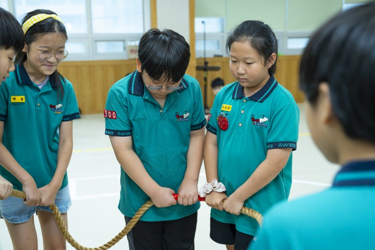 YTo1ODp7czo4OiJGaWxlTmFtZSI7czo0MDoiYjQyYWExNjgtMzFlYy00OTdjLTgzZTItYzRmZTBkOWJlZjMyLmpwZyI7czoxMjoiRmlsZURhdGVUaW1lIjtpOjE3NTc4MjAxODE7czo4OiJGaWxlU2l6ZSI7aToxNTIzNjg5O3M6ODoiRmlsZVR5cGUiO2k6MjtzOjg6Ik1pbWVUeXBlIjtzOjEwOiJpbWFnZS9qcGVnIjtzOjEzOiJTZWN0aW9uc0ZvdW5kIjtzOjMwOiJBTllfVEFHLCBJRkQwLCBUSFVNQk5BSUwsIEVYSUYiO3M6ODoiQ09NUFVURUQiO2E6OTp7czo0OiJodG1sIjtzOjI2OiJ3aWR0aD0iMTc1MiIgaGVpZ2h0PSIxMTY4IiI7czo2OiJIZWlnaHQiO2k6MTE2ODtzOjU6IldpZHRoIjtpOjE3NTI7czo3OiJJc0NvbG9yIjtpOjE7czoxNzoiQnl0ZU9yZGVyTW90b3JvbGEiO2k6MDtzOjE1OiJBcGVydHVyZUZOdW1iZXIiO3M6NToiZi8yLjgiO3M6OToiQ29weXJpZ2h0IjtzOjQ6IllBQkMiO3M6MTg6IlRodW1ibmFpbC5GaWxlVHlwZSI7aToyO3M6MTg6IlRodW1ibmFpbC5NaW1lVHlwZSI7czoxMDoiaW1hZ2UvanBlZyI7fXM6NDoiTWFrZSI7czo0OiJTT05ZIjtzOjU6Ik1vZGVsIjtzOjg6IklMQ0UtN000IjtzOjExOiJYUmVzb2x1dGlvbiI7czo1OiIyNDAvMSI7czoxMToiWVJlc29sdXRpb24iO3M6NToiMjQwLzEiO3M6MTQ6IlJlc29sdXRpb25Vbml0IjtpOjI7czo4OiJTb2Z0d2FyZSI7czo1MjoiQWRvYmUgUGhvdG9zaG9wIExpZ2h0cm9vbSBDbGFzc2ljIDE0LjUuMSAoTWFjaW50b3NoKSI7czo4OiJEYXRlVGltZSI7czoxOToiMjAyNTowOToxNCAxMjoyMToyMSI7czo2OiJBcnRpc3QiO3M6NzoiWUFCQ19TRyI7czo5OiJDb3B5cmlnaHQiO3M6NDoiWUFCQyI7czoxNjoiRXhpZl9JRkRfUG9pbnRlciI7aToyNTQ7czo5OiJUSFVNQk5BSUwiO2E6Njp7czoxMToiQ29tcHJlc3Npb24iO2k6NjtzOjExOiJYUmVzb2x1dGlvbiI7czo0OiI3Mi8xIjtzOjExOiJZUmVzb2x1dGlvbiI7czo0OiI3Mi8xIjtzOjE0OiJSZXNvbHV0aW9uVW5pdCI7aToyO3M6MjE6IkpQRUdJbnRlcmNoYW5nZUZvcm1hdCI7aToxMDQwO3M6Mjc6IkpQRUdJbnRlcmNoYW5nZUZvcm1hdExlbmd0aCI7aToxNzQ1ODt9czoxMjoiRXhwb3N1cmVUaW1lIjtzOjU6IjEvMjUwIjtzOjc6IkZOdW1iZXIiO3M6NToiMjgvMTAiO3M6MTU6IkV4cG9zdXJlUHJvZ3JhbSI7aToxO3M6MTU6IklTT1NwZWVkUmF0aW5ncyI7aTo2NDA7czoxOToiVW5kZWZpbmVkVGFnOjB4ODgzMCI7aToyO3M6MTk6IlVuZGVmaW5lZFRhZzoweDg4MzIiO2k6NjQwO3M6MTE6IkV4aWZWZXJzaW9uIjtzOjQ6IjAyMzIiO3M6MTY6IkRhdGVUaW1lT3JpZ2luYWwiO3M6MTk6IjIwMjU6MDk6MTMgMTE6MDY6MzYiO3M6MTc6IkRhdGVUaW1lRGlnaXRpemVkIjtzOjE5OiIyMDI1OjA5OjEzIDExOjA2OjM2IjtzOjE5OiJVbmRlZmluZWRUYWc6MHg5MDEwIjtzOjY6IiswOTowMCI7czoxOToiVW5kZWZpbmVkVGFnOjB4OTAxMSI7czo2OiIrMDk6MDAiO3M6MTk6IlVuZGVmaW5lZFRhZzoweDkwMTIiO3M6NjoiKzA5OjAwIjtzOjE3OiJTaHV0dGVyU3BlZWRWYWx1ZSI7czoxNToiNzk2NTc4NC8xMDAwMDAwIjtzOjEzOiJBcGVydHVyZVZhbHVlIjtzOjE1OiIyOTcwODU0LzEwMDAwMDAiO3M6MTU6IkJyaWdodG5lc3NWYWx1ZSI7czo5OiI2ODY0LzI1NjAiO3M6MTc6IkV4cG9zdXJlQmlhc1ZhbHVlIjtzOjQ6IjAvMTAiO3M6MTY6Ik1heEFwZXJ0dXJlVmFsdWUiO3M6NzoiNzYwLzI1NiI7czoxMjoiTWV0ZXJpbmdNb2RlIjtpOjU7czoxMToiTGlnaHRTb3VyY2UiO2k6MDtzOjU6IkZsYXNoIjtpOjEzO3M6MTE6IkZvY2FsTGVuZ3RoIjtzOjY6IjM5MC8xMCI7czoxODoiU3ViU2VjVGltZU9yaWdpbmFsIjtzOjM6IjQyMSI7czoxOToiU3ViU2VjVGltZURpZ2l0aXplZCI7czozOiI0MjEiO3M6MTA6IkNvbG9yU3BhY2UiO2k6NjU1MzU7czoyMToiRm9jYWxQbGFuZVhSZXNvbHV0aW9uIjtzOjE0OiI2NDQ0OTMzOS8zMjc2OCI7czoyMToiRm9jYWxQbGFuZVlSZXNvbHV0aW9uIjtzOjE0OiI2NDQ0OTMzOS8zMjc2OCI7czoyNDoiRm9jYWxQbGFuZVJlc29sdXRpb25Vbml0IjtpOjM7czoxMDoiRmlsZVNvdXJjZSI7czoxOiIDIjtzOjk6IlNjZW5lVHlwZSI7czoxOiIBIjtzOjE0OiJDdXN0b21SZW5kZXJlZCI7aTowO3M6MTI6IkV4cG9zdXJlTW9kZSI7aToxO3M6MTI6IldoaXRlQmFsYW5jZSI7aToxO3M6MTY6IkRpZ2l0YWxab29tUmF0aW8iO3M6NToiMTYvMTYiO3M6MjE6IkZvY2FsTGVuZ3RoSW4zNW1tRmlsbSI7aTozOTtzOjE2OiJTY2VuZUNhcHR1cmVUeXBlIjtpOjA7czo4OiJDb250cmFzdCI7aTowO3M6MTA6IlNhdHVyYXRpb24iO2k6MDtzOjk6IlNoYXJwbmVzcyI7aTowO3M6MTk6IlVuZGVmaW5lZFRhZzoweEE0MzIiO2E6NDp7aTowO3M6NjoiMjQwLzEwIjtpOjE7czo2OiI3MDAvMTAiO2k6MjtzOjU6IjI4LzEwIjtpOjM7czo1OiIyOC8xMCI7fXM6MTk6IlVuZGVmaW5lZFRhZzoweEE0MzQiO3M6MjE6IkZFIDI0LTcwbW0gRjIuOCBHTSBJSSI7fQ==