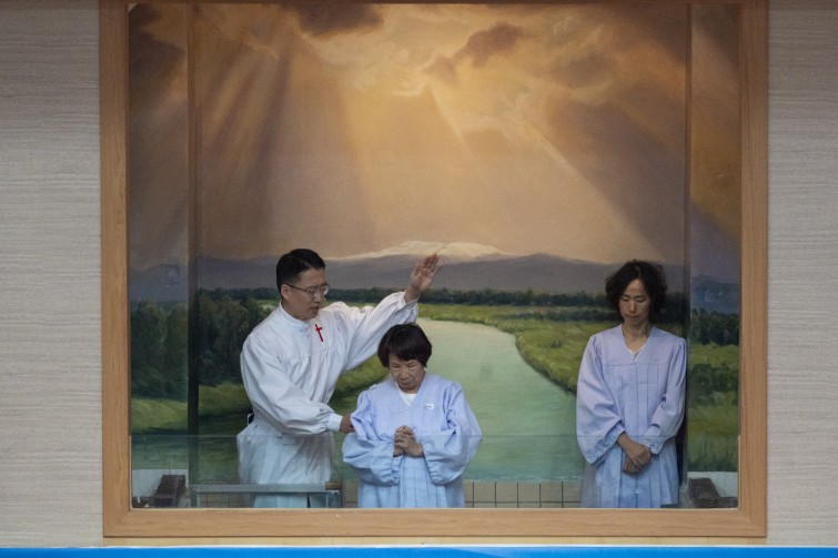 YTo1ODp7czo4OiJGaWxlTmFtZSI7czo0MDoiYjhmZDI4OTItNTMyOS00ZGU5LWE3YTItZDgxMTcyOTU2NTEyLmpwZyI7czoxMjoiRmlsZURhdGVUaW1lIjtpOjE3NjUxNjYxNjE7czo4OiJGaWxlU2l6ZSI7aToxOTE0MjA4O3M6ODoiRmlsZVR5cGUiO2k6MjtzOjg6Ik1pbWVUeXBlIjtzOjEwOiJpbWFnZS9qcGVnIjtzOjEzOiJTZWN0aW9uc0ZvdW5kIjtzOjMwOiJBTllfVEFHLCBJRkQwLCBUSFVNQk5BSUwsIEVYSUYiO3M6ODoiQ09NUFVURUQiO2E6OTp7czo0OiJodG1sIjtzOjI2OiJ3aWR0aD0iMjAyOSIgaGVpZ2h0PSIxMzUzIiI7czo2OiJIZWlnaHQiO2k6MTM1MztzOjU6IldpZHRoIjtpOjIwMjk7czo3OiJJc0NvbG9yIjtpOjE7czoxNzoiQnl0ZU9yZGVyTW90b3JvbGEiO2k6MDtzOjE1OiJBcGVydHVyZUZOdW1iZXIiO3M6NToiZi82LjMiO3M6OToiQ29weXJpZ2h0IjtzOjQ6IllBQkMiO3M6MTg6IlRodW1ibmFpbC5GaWxlVHlwZSI7aToyO3M6MTg6IlRodW1ibmFpbC5NaW1lVHlwZSI7czoxMDoiaW1hZ2UvanBlZyI7fXM6NDoiTWFrZSI7czo0OiJTT05ZIjtzOjU6Ik1vZGVsIjtzOjg6IklMQ0UtN000IjtzOjExOiJYUmVzb2x1dGlvbiI7czo1OiIyNDAvMSI7czoxMToiWVJlc29sdXRpb24iO3M6NToiMjQwLzEiO3M6MTQ6IlJlc29sdXRpb25Vbml0IjtpOjI7czo4OiJTb2Z0d2FyZSI7czo1MjoiQWRvYmUgUGhvdG9zaG9wIExpZ2h0cm9vbSBDbGFzc2ljIDE0LjEuMSAoTWFjaW50b3NoKSI7czo4OiJEYXRlVGltZSI7czoxOToiMjAyNToxMjowOCAwMTowNzo0OCI7czo2OiJBcnRpc3QiO3M6NzoiWUFCQ19TRyI7czo5OiJDb3B5cmlnaHQiO3M6NDoiWUFCQyI7czoxNjoiRXhpZl9JRkRfUG9pbnRlciI7aToyNTQ7czo5OiJUSFVNQk5BSUwiO2E6Njp7czoxMToiQ29tcHJlc3Npb24iO2k6NjtzOjExOiJYUmVzb2x1dGlvbiI7czo0OiI3Mi8xIjtzOjExOiJZUmVzb2x1dGlvbiI7czo0OiI3Mi8xIjtzOjE0OiJSZXNvbHV0aW9uVW5pdCI7aToyO3M6MjE6IkpQRUdJbnRlcmNoYW5nZUZvcm1hdCI7aToxMDQwO3M6Mjc6IkpQRUdJbnRlcmNoYW5nZUZvcm1hdExlbmd0aCI7aToxMTUyNjt9czoxMjoiRXhwb3N1cmVUaW1lIjtzOjU6IjEvMzIwIjtzOjc6IkZOdW1iZXIiO3M6NToiNjMvMTAiO3M6MTU6IkV4cG9zdXJlUHJvZ3JhbSI7aToxO3M6MTU6IklTT1NwZWVkUmF0aW5ncyI7aTozMjAwO3M6MTk6IlVuZGVmaW5lZFRhZzoweDg4MzAiO2k6MjtzOjE5OiJVbmRlZmluZWRUYWc6MHg4ODMyIjtpOjMyMDA7czoxMToiRXhpZlZlcnNpb24iO3M6NDoiMDIzMiI7czoxNjoiRGF0ZVRpbWVPcmlnaW5hbCI7czoxOToiMjAyNToxMjowNyAxMToyNTozOCI7czoxNzoiRGF0ZVRpbWVEaWdpdGl6ZWQiO3M6MTk6IjIwMjU6MTI6MDcgMTE6MjU6MzgiO3M6MTk6IlVuZGVmaW5lZFRhZzoweDkwMTAiO3M6NjoiKzA5OjAwIjtzOjE5OiJVbmRlZmluZWRUYWc6MHg5MDExIjtzOjY6IiswOTowMCI7czoxOToiVW5kZWZpbmVkVGFnOjB4OTAxMiI7czo2OiIrMDk6MDAiO3M6MTc6IlNodXR0ZXJTcGVlZFZhbHVlIjtzOjE1OiI4MzIxOTI4LzEwMDAwMDAiO3M6MTM6IkFwZXJ0dXJlVmFsdWUiO3M6MTU6IjUzMTA3MDQvMTAwMDAwMCI7czoxNToiQnJpZ2h0bmVzc1ZhbHVlIjtzOjk6IjU0MTQvMjU2MCI7czoxNzoiRXhwb3N1cmVCaWFzVmFsdWUiO3M6NDoiMC8xMCI7czoxNjoiTWF4QXBlcnR1cmVWYWx1ZSI7czo4OiIxMDI0LzI1NiI7czoxMjoiTWV0ZXJpbmdNb2RlIjtpOjU7czoxMToiTGlnaHRTb3VyY2UiO2k6MDtzOjU6IkZsYXNoIjtpOjE2O3M6MTE6IkZvY2FsTGVuZ3RoIjtzOjc6IjIwMDAvMTAiO3M6MTg6IlN1YlNlY1RpbWVPcmlnaW5hbCI7czozOiI5NzciO3M6MTk6IlN1YlNlY1RpbWVEaWdpdGl6ZWQiO3M6MzoiOTc3IjtzOjEwOiJDb2xvclNwYWNlIjtpOjY1NTM1O3M6MjE6IkZvY2FsUGxhbmVYUmVzb2x1dGlvbiI7czoxNDoiNjQ0NDkzMzkvMzI3NjgiO3M6MjE6IkZvY2FsUGxhbmVZUmVzb2x1dGlvbiI7czoxNDoiNjQ0NDkzMzkvMzI3NjgiO3M6MjQ6IkZvY2FsUGxhbmVSZXNvbHV0aW9uVW5pdCI7aTozO3M6MTA6IkZpbGVTb3VyY2UiO3M6MToiAyI7czo5OiJTY2VuZVR5cGUiO3M6MToiASI7czoxNDoiQ3VzdG9tUmVuZGVyZWQiO2k6MDtzOjEyOiJFeHBvc3VyZU1vZGUiO2k6MTtzOjEyOiJXaGl0ZUJhbGFuY2UiO2k6MTtzOjE2OiJEaWdpdGFsWm9vbVJhdGlvIjtzOjU6IjE2LzE2IjtzOjIxOiJGb2NhbExlbmd0aEluMzVtbUZpbG0iO2k6MjAwO3M6MTY6IlNjZW5lQ2FwdHVyZVR5cGUiO2k6MDtzOjg6IkNvbnRyYXN0IjtpOjA7czoxMDoiU2F0dXJhdGlvbiI7aTowO3M6OToiU2hhcnBuZXNzIjtpOjA7czoxOToiVW5kZWZpbmVkVGFnOjB4QTQzMiI7YTo0OntpOjA7czo2OiI3MDAvMTAiO2k6MTtzOjc6IjIwMDAvMTAiO2k6MjtzOjU6IjQwLzEwIjtpOjM7czo1OiI0MC8xMCI7fXM6MTk6IlVuZGVmaW5lZFRhZzoweEE0MzQiO3M6MjA6IkZFIDcwLTIwMG1tIEY0IEcgT1NTIjt9