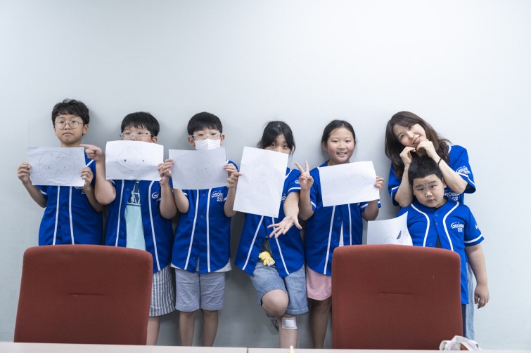 YTo1ODp7czo4OiJGaWxlTmFtZSI7czo0MDoiYjkyMjU0OGItYmI5Zi00Y2RiLTk3MzctZDc3MTFmZjBjODg4LmpwZyI7czoxMjoiRmlsZURhdGVUaW1lIjtpOjE3NTc4MjkxMjk7czo4OiJGaWxlU2l6ZSI7aToxMTE1MzA5O3M6ODoiRmlsZVR5cGUiO2k6MjtzOjg6Ik1pbWVUeXBlIjtzOjEwOiJpbWFnZS9qcGVnIjtzOjEzOiJTZWN0aW9uc0ZvdW5kIjtzOjMwOiJBTllfVEFHLCBJRkQwLCBUSFVNQk5BSUwsIEVYSUYiO3M6ODoiQ09NUFVURUQiO2E6OTp7czo0OiJodG1sIjtzOjI2OiJ3aWR0aD0iMTcyMSIgaGVpZ2h0PSIxMTQ3IiI7czo2OiJIZWlnaHQiO2k6MTE0NztzOjU6IldpZHRoIjtpOjE3MjE7czo3OiJJc0NvbG9yIjtpOjE7czoxNzoiQnl0ZU9yZGVyTW90b3JvbGEiO2k6MDtzOjE1OiJBcGVydHVyZUZOdW1iZXIiO3M6NToiZi80LjAiO3M6OToiQ29weXJpZ2h0IjtzOjQ6IllBQkMiO3M6MTg6IlRodW1ibmFpbC5GaWxlVHlwZSI7aToyO3M6MTg6IlRodW1ibmFpbC5NaW1lVHlwZSI7czoxMDoiaW1hZ2UvanBlZyI7fXM6NDoiTWFrZSI7czo0OiJTT05ZIjtzOjU6Ik1vZGVsIjtzOjg6IklMQ0UtN000IjtzOjExOiJYUmVzb2x1dGlvbiI7czo1OiIyNDAvMSI7czoxMToiWVJlc29sdXRpb24iO3M6NToiMjQwLzEiO3M6MTQ6IlJlc29sdXRpb25Vbml0IjtpOjI7czo4OiJTb2Z0d2FyZSI7czo1MjoiQWRvYmUgUGhvdG9zaG9wIExpZ2h0cm9vbSBDbGFzc2ljIDE0LjUuMSAoTWFjaW50b3NoKSI7czo4OiJEYXRlVGltZSI7czoxOToiMjAyNTowOToxNCAxNDo1MDo0OSI7czo2OiJBcnRpc3QiO3M6NzoiWUFCQ19TRyI7czo5OiJDb3B5cmlnaHQiO3M6NDoiWUFCQyI7czoxNjoiRXhpZl9JRkRfUG9pbnRlciI7aToyNTQ7czo5OiJUSFVNQk5BSUwiO2E6Njp7czoxMToiQ29tcHJlc3Npb24iO2k6NjtzOjExOiJYUmVzb2x1dGlvbiI7czo0OiI3Mi8xIjtzOjExOiJZUmVzb2x1dGlvbiI7czo0OiI3Mi8xIjtzOjE0OiJSZXNvbHV0aW9uVW5pdCI7aToyO3M6MjE6IkpQRUdJbnRlcmNoYW5nZUZvcm1hdCI7aToxMDQwO3M6Mjc6IkpQRUdJbnRlcmNoYW5nZUZvcm1hdExlbmd0aCI7aToxMzAwNzt9czoxMjoiRXhwb3N1cmVUaW1lIjtzOjU6IjEvMTAwIjtzOjc6IkZOdW1iZXIiO3M6MzoiNC8xIjtzOjE1OiJFeHBvc3VyZVByb2dyYW0iO2k6MTtzOjE1OiJJU09TcGVlZFJhdGluZ3MiO2k6ODAwO3M6MTk6IlVuZGVmaW5lZFRhZzoweDg4MzAiO2k6MjtzOjE5OiJVbmRlZmluZWRUYWc6MHg4ODMyIjtpOjgwMDtzOjExOiJFeGlmVmVyc2lvbiI7czo0OiIwMjMyIjtzOjE2OiJEYXRlVGltZU9yaWdpbmFsIjtzOjE5OiIyMDI1OjA5OjE0IDE0OjIxOjAwIjtzOjE3OiJEYXRlVGltZURpZ2l0aXplZCI7czoxOToiMjAyNTowOToxNCAxNDoyMTowMCI7czoxOToiVW5kZWZpbmVkVGFnOjB4OTAxMCI7czo2OiIrMDk6MDAiO3M6MTk6IlVuZGVmaW5lZFRhZzoweDkwMTEiO3M6NjoiKzA5OjAwIjtzOjE5OiJVbmRlZmluZWRUYWc6MHg5MDEyIjtzOjY6IiswOTowMCI7czoxNzoiU2h1dHRlclNwZWVkVmFsdWUiO3M6MTU6IjY2NDM4NTYvMTAwMDAwMCI7czoxMzoiQXBlcnR1cmVWYWx1ZSI7czozOiI0LzEiO3M6MTU6IkJyaWdodG5lc3NWYWx1ZSI7czoxMDoiMTA3NTQvMjU2MCI7czoxNzoiRXhwb3N1cmVCaWFzVmFsdWUiO3M6NDoiMC8xMCI7czoxNjoiTWF4QXBlcnR1cmVWYWx1ZSI7czo3OiI3NjAvMjU2IjtzOjEyOiJNZXRlcmluZ01vZGUiO2k6NTtzOjExOiJMaWdodFNvdXJjZSI7aToyNTU7czo1OiJGbGFzaCI7aToxNjtzOjExOiJGb2NhbExlbmd0aCI7czo2OiI0MDAvMTAiO3M6MTg6IlN1YlNlY1RpbWVPcmlnaW5hbCI7czozOiI2MzMiO3M6MTk6IlN1YlNlY1RpbWVEaWdpdGl6ZWQiO3M6MzoiNjMzIjtzOjEwOiJDb2xvclNwYWNlIjtpOjY1NTM1O3M6MjE6IkZvY2FsUGxhbmVYUmVzb2x1dGlvbiI7czoxNDoiNjQ0NDkzMzkvMzI3NjgiO3M6MjE6IkZvY2FsUGxhbmVZUmVzb2x1dGlvbiI7czoxNDoiNjQ0NDkzMzkvMzI3NjgiO3M6MjQ6IkZvY2FsUGxhbmVSZXNvbHV0aW9uVW5pdCI7aTozO3M6MTA6IkZpbGVTb3VyY2UiO3M6MToiAyI7czo5OiJTY2VuZVR5cGUiO3M6MToiASI7czoxNDoiQ3VzdG9tUmVuZGVyZWQiO2k6MDtzOjEyOiJFeHBvc3VyZU1vZGUiO2k6MTtzOjEyOiJXaGl0ZUJhbGFuY2UiO2k6MTtzOjE2OiJEaWdpdGFsWm9vbVJhdGlvIjtzOjU6IjE2LzE2IjtzOjIxOiJGb2NhbExlbmd0aEluMzVtbUZpbG0iO2k6NDA7czoxNjoiU2NlbmVDYXB0dXJlVHlwZSI7aTowO3M6ODoiQ29udHJhc3QiO2k6MDtzOjEwOiJTYXR1cmF0aW9uIjtpOjA7czo5OiJTaGFycG5lc3MiO2k6MDtzOjE5OiJVbmRlZmluZWRUYWc6MHhBNDMyIjthOjQ6e2k6MDtzOjY6IjI0MC8xMCI7aToxO3M6NjoiNzAwLzEwIjtpOjI7czo1OiIyOC8xMCI7aTozO3M6NToiMjgvMTAiO31zOjE5OiJVbmRlZmluZWRUYWc6MHhBNDM0IjtzOjIxOiJGRSAyNC03MG1tIEYyLjggR00gSUkiO30=