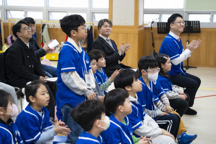 YTo1ODp7czo4OiJGaWxlTmFtZSI7czo0MDoiYmI3YzYyNTEtMjM3MS00NDU5LWI2YjgtMTRhN2ZhZGM0NzU2LmpwZyI7czoxMjoiRmlsZURhdGVUaW1lIjtpOjE3NDIxMTAxMDg7czo4OiJGaWxlU2l6ZSI7aToxMjcyNjgyO3M6ODoiRmlsZVR5cGUiO2k6MjtzOjg6Ik1pbWVUeXBlIjtzOjEwOiJpbWFnZS9qcGVnIjtzOjEzOiJTZWN0aW9uc0ZvdW5kIjtzOjMwOiJBTllfVEFHLCBJRkQwLCBUSFVNQk5BSUwsIEVYSUYiO3M6ODoiQ09NUFVURUQiO2E6OTp7czo0OiJodG1sIjtzOjI2OiJ3aWR0aD0iMTc1MiIgaGVpZ2h0PSIxMTY4IiI7czo2OiJIZWlnaHQiO2k6MTE2ODtzOjU6IldpZHRoIjtpOjE3NTI7czo3OiJJc0NvbG9yIjtpOjE7czoxNzoiQnl0ZU9yZGVyTW90b3JvbGEiO2k6MDtzOjE1OiJBcGVydHVyZUZOdW1iZXIiO3M6NToiZi8yLjgiO3M6OToiQ29weXJpZ2h0IjtzOjQ6IllBQkMiO3M6MTg6IlRodW1ibmFpbC5GaWxlVHlwZSI7aToyO3M6MTg6IlRodW1ibmFpbC5NaW1lVHlwZSI7czoxMDoiaW1hZ2UvanBlZyI7fXM6NDoiTWFrZSI7czo0OiJTT05ZIjtzOjU6Ik1vZGVsIjtzOjg6IklMQ0UtN000IjtzOjExOiJYUmVzb2x1dGlvbiI7czo1OiIyNDAvMSI7czoxMToiWVJlc29sdXRpb24iO3M6NToiMjQwLzEiO3M6MTQ6IlJlc29sdXRpb25Vbml0IjtpOjI7czo4OiJTb2Z0d2FyZSI7czo1MDoiQWRvYmUgUGhvdG9zaG9wIExpZ2h0cm9vbSBDbGFzc2ljIDE0LjIgKE1hY2ludG9zaCkiO3M6ODoiRGF0ZVRpbWUiO3M6MTk6IjIwMjU6MDM6MTYgMTY6Mjc6MTkiO3M6NjoiQXJ0aXN0IjtzOjc6IllBQkNfU0ciO3M6OToiQ29weXJpZ2h0IjtzOjQ6IllBQkMiO3M6MTY6IkV4aWZfSUZEX1BvaW50ZXIiO2k6MjUyO3M6OToiVEhVTUJOQUlMIjthOjY6e3M6MTE6IkNvbXByZXNzaW9uIjtpOjY7czoxMToiWFJlc29sdXRpb24iO3M6NDoiNzIvMSI7czoxMToiWVJlc29sdXRpb24iO3M6NDoiNzIvMSI7czoxNDoiUmVzb2x1dGlvblVuaXQiO2k6MjtzOjIxOiJKUEVHSW50ZXJjaGFuZ2VGb3JtYXQiO2k6MTAzODtzOjI3OiJKUEVHSW50ZXJjaGFuZ2VGb3JtYXRMZW5ndGgiO2k6MjIwMDI7fXM6MTI6IkV4cG9zdXJlVGltZSI7czo1OiIxLzEwMCI7czo3OiJGTnVtYmVyIjtzOjU6IjI4LzEwIjtzOjE1OiJFeHBvc3VyZVByb2dyYW0iO2k6MTtzOjE1OiJJU09TcGVlZFJhdGluZ3MiO2k6MzIwO3M6MTk6IlVuZGVmaW5lZFRhZzoweDg4MzAiO2k6MjtzOjE5OiJVbmRlZmluZWRUYWc6MHg4ODMyIjtpOjMyMDtzOjExOiJFeGlmVmVyc2lvbiI7czo0OiIwMjMyIjtzOjE2OiJEYXRlVGltZU9yaWdpbmFsIjtzOjE5OiIyMDI1OjAzOjE2IDEzOjM1OjMxIjtzOjE3OiJEYXRlVGltZURpZ2l0aXplZCI7czoxOToiMjAyNTowMzoxNiAxMzozNTozMSI7czoxOToiVW5kZWZpbmVkVGFnOjB4OTAxMCI7czo2OiIrMDk6MDAiO3M6MTk6IlVuZGVmaW5lZFRhZzoweDkwMTEiO3M6NjoiKzA5OjAwIjtzOjE5OiJVbmRlZmluZWRUYWc6MHg5MDEyIjtzOjY6IiswOTowMCI7czoxNzoiU2h1dHRlclNwZWVkVmFsdWUiO3M6MTU6IjY2NDM4NTYvMTAwMDAwMCI7czoxMzoiQXBlcnR1cmVWYWx1ZSI7czoxNToiMjk3MDg1NC8xMDAwMDAwIjtzOjE1OiJCcmlnaHRuZXNzVmFsdWUiO3M6OToiNzQwNC8yNTYwIjtzOjE3OiJFeHBvc3VyZUJpYXNWYWx1ZSI7czo0OiIwLzEwIjtzOjE2OiJNYXhBcGVydHVyZVZhbHVlIjtzOjc6Ijc2MC8yNTYiO3M6MTI6Ik1ldGVyaW5nTW9kZSI7aTo1O3M6MTE6IkxpZ2h0U291cmNlIjtpOjA7czo1OiJGbGFzaCI7aToxMztzOjExOiJGb2NhbExlbmd0aCI7czo2OiI3MDAvMTAiO3M6MTg6IlN1YlNlY1RpbWVPcmlnaW5hbCI7czozOiI0MDUiO3M6MTk6IlN1YlNlY1RpbWVEaWdpdGl6ZWQiO3M6MzoiNDA1IjtzOjEwOiJDb2xvclNwYWNlIjtpOjY1NTM1O3M6MjE6IkZvY2FsUGxhbmVYUmVzb2x1dGlvbiI7czoxNDoiNjQ0NDkzMzkvMzI3NjgiO3M6MjE6IkZvY2FsUGxhbmVZUmVzb2x1dGlvbiI7czoxNDoiNjQ0NDkzMzkvMzI3NjgiO3M6MjQ6IkZvY2FsUGxhbmVSZXNvbHV0aW9uVW5pdCI7aTozO3M6MTA6IkZpbGVTb3VyY2UiO3M6MToiAyI7czo5OiJTY2VuZVR5cGUiO3M6MToiASI7czoxNDoiQ3VzdG9tUmVuZGVyZWQiO2k6MDtzOjEyOiJFeHBvc3VyZU1vZGUiO2k6MTtzOjEyOiJXaGl0ZUJhbGFuY2UiO2k6MDtzOjE2OiJEaWdpdGFsWm9vbVJhdGlvIjtzOjU6IjE2LzE2IjtzOjIxOiJGb2NhbExlbmd0aEluMzVtbUZpbG0iO2k6NzA7czoxNjoiU2NlbmVDYXB0dXJlVHlwZSI7aTowO3M6ODoiQ29udHJhc3QiO2k6MDtzOjEwOiJTYXR1cmF0aW9uIjtpOjA7czo5OiJTaGFycG5lc3MiO2k6MDtzOjE5OiJVbmRlZmluZWRUYWc6MHhBNDMyIjthOjQ6e2k6MDtzOjY6IjI0MC8xMCI7aToxO3M6NjoiNzAwLzEwIjtpOjI7czo1OiIyOC8xMCI7aTozO3M6NToiMjgvMTAiO31zOjE5OiJVbmRlZmluZWRUYWc6MHhBNDM0IjtzOjIxOiJGRSAyNC03MG1tIEYyLjggR00gSUkiO30=