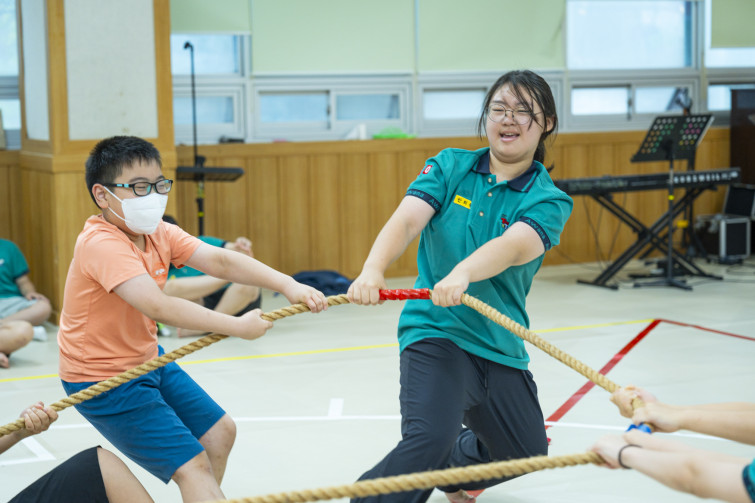 YTo1ODp7czo4OiJGaWxlTmFtZSI7czo0MDoiYmY0MWMwMjktOTUxNy00ZjI0LTgyZTUtZmNmNzZhYWYwNWI4LmpwZyI7czoxMjoiRmlsZURhdGVUaW1lIjtpOjE3NTc4MjAxODM7czo4OiJGaWxlU2l6ZSI7aToxMjM1MDIxO3M6ODoiRmlsZVR5cGUiO2k6MjtzOjg6Ik1pbWVUeXBlIjtzOjEwOiJpbWFnZS9qcGVnIjtzOjEzOiJTZWN0aW9uc0ZvdW5kIjtzOjMwOiJBTllfVEFHLCBJRkQwLCBUSFVNQk5BSUwsIEVYSUYiO3M6ODoiQ09NUFVURUQiO2E6OTp7czo0OiJodG1sIjtzOjI2OiJ3aWR0aD0iMTc1MiIgaGVpZ2h0PSIxMTY4IiI7czo2OiJIZWlnaHQiO2k6MTE2ODtzOjU6IldpZHRoIjtpOjE3NTI7czo3OiJJc0NvbG9yIjtpOjE7czoxNzoiQnl0ZU9yZGVyTW90b3JvbGEiO2k6MDtzOjE1OiJBcGVydHVyZUZOdW1iZXIiO3M6NToiZi8yLjgiO3M6OToiQ29weXJpZ2h0IjtzOjQ6IllBQkMiO3M6MTg6IlRodW1ibmFpbC5GaWxlVHlwZSI7aToyO3M6MTg6IlRodW1ibmFpbC5NaW1lVHlwZSI7czoxMDoiaW1hZ2UvanBlZyI7fXM6NDoiTWFrZSI7czo0OiJTT05ZIjtzOjU6Ik1vZGVsIjtzOjg6IklMQ0UtN000IjtzOjExOiJYUmVzb2x1dGlvbiI7czo1OiIyNDAvMSI7czoxMToiWVJlc29sdXRpb24iO3M6NToiMjQwLzEiO3M6MTQ6IlJlc29sdXRpb25Vbml0IjtpOjI7czo4OiJTb2Z0d2FyZSI7czo1MjoiQWRvYmUgUGhvdG9zaG9wIExpZ2h0cm9vbSBDbGFzc2ljIDE0LjUuMSAoTWFjaW50b3NoKSI7czo4OiJEYXRlVGltZSI7czoxOToiMjAyNTowOToxNCAxMjoyMToyNyI7czo2OiJBcnRpc3QiO3M6NzoiWUFCQ19TRyI7czo5OiJDb3B5cmlnaHQiO3M6NDoiWUFCQyI7czoxNjoiRXhpZl9JRkRfUG9pbnRlciI7aToyNTQ7czo5OiJUSFVNQk5BSUwiO2E6Njp7czoxMToiQ29tcHJlc3Npb24iO2k6NjtzOjExOiJYUmVzb2x1dGlvbiI7czo0OiI3Mi8xIjtzOjExOiJZUmVzb2x1dGlvbiI7czo0OiI3Mi8xIjtzOjE0OiJSZXNvbHV0aW9uVW5pdCI7aToyO3M6MjE6IkpQRUdJbnRlcmNoYW5nZUZvcm1hdCI7aToxMDQwO3M6Mjc6IkpQRUdJbnRlcmNoYW5nZUZvcm1hdExlbmd0aCI7aToxNzM5Njt9czoxMjoiRXhwb3N1cmVUaW1lIjtzOjU6IjEvMjUwIjtzOjc6IkZOdW1iZXIiO3M6NToiMjgvMTAiO3M6MTU6IkV4cG9zdXJlUHJvZ3JhbSI7aToxO3M6MTU6IklTT1NwZWVkUmF0aW5ncyI7aTo2NDA7czoxOToiVW5kZWZpbmVkVGFnOjB4ODgzMCI7aToyO3M6MTk6IlVuZGVmaW5lZFRhZzoweDg4MzIiO2k6NjQwO3M6MTE6IkV4aWZWZXJzaW9uIjtzOjQ6IjAyMzIiO3M6MTY6IkRhdGVUaW1lT3JpZ2luYWwiO3M6MTk6IjIwMjU6MDk6MTMgMTE6MDk6MTUiO3M6MTc6IkRhdGVUaW1lRGlnaXRpemVkIjtzOjE5OiIyMDI1OjA5OjEzIDExOjA5OjE1IjtzOjE5OiJVbmRlZmluZWRUYWc6MHg5MDEwIjtzOjY6IiswOTowMCI7czoxOToiVW5kZWZpbmVkVGFnOjB4OTAxMSI7czo2OiIrMDk6MDAiO3M6MTk6IlVuZGVmaW5lZFRhZzoweDkwMTIiO3M6NjoiKzA5OjAwIjtzOjE3OiJTaHV0dGVyU3BlZWRWYWx1ZSI7czoxNToiNzk2NTc4NC8xMDAwMDAwIjtzOjEzOiJBcGVydHVyZVZhbHVlIjtzOjE1OiIyOTcwODU0LzEwMDAwMDAiO3M6MTU6IkJyaWdodG5lc3NWYWx1ZSI7czo5OiI3ODM0LzI1NjAiO3M6MTc6IkV4cG9zdXJlQmlhc1ZhbHVlIjtzOjQ6IjAvMTAiO3M6MTY6Ik1heEFwZXJ0dXJlVmFsdWUiO3M6NzoiNzYwLzI1NiI7czoxMjoiTWV0ZXJpbmdNb2RlIjtpOjU7czoxMToiTGlnaHRTb3VyY2UiO2k6MDtzOjU6IkZsYXNoIjtpOjEzO3M6MTE6IkZvY2FsTGVuZ3RoIjtzOjY6IjcwMC8xMCI7czoxODoiU3ViU2VjVGltZU9yaWdpbmFsIjtzOjM6IjI0MiI7czoxOToiU3ViU2VjVGltZURpZ2l0aXplZCI7czozOiIyNDIiO3M6MTA6IkNvbG9yU3BhY2UiO2k6NjU1MzU7czoyMToiRm9jYWxQbGFuZVhSZXNvbHV0aW9uIjtzOjE0OiI2NDQ0OTMzOS8zMjc2OCI7czoyMToiRm9jYWxQbGFuZVlSZXNvbHV0aW9uIjtzOjE0OiI2NDQ0OTMzOS8zMjc2OCI7czoyNDoiRm9jYWxQbGFuZVJlc29sdXRpb25Vbml0IjtpOjM7czoxMDoiRmlsZVNvdXJjZSI7czoxOiIDIjtzOjk6IlNjZW5lVHlwZSI7czoxOiIBIjtzOjE0OiJDdXN0b21SZW5kZXJlZCI7aTowO3M6MTI6IkV4cG9zdXJlTW9kZSI7aToxO3M6MTI6IldoaXRlQmFsYW5jZSI7aToxO3M6MTY6IkRpZ2l0YWxab29tUmF0aW8iO3M6NToiMTYvMTYiO3M6MjE6IkZvY2FsTGVuZ3RoSW4zNW1tRmlsbSI7aTo3MDtzOjE2OiJTY2VuZUNhcHR1cmVUeXBlIjtpOjA7czo4OiJDb250cmFzdCI7aTowO3M6MTA6IlNhdHVyYXRpb24iO2k6MDtzOjk6IlNoYXJwbmVzcyI7aTowO3M6MTk6IlVuZGVmaW5lZFRhZzoweEE0MzIiO2E6NDp7aTowO3M6NjoiMjQwLzEwIjtpOjE7czo2OiI3MDAvMTAiO2k6MjtzOjU6IjI4LzEwIjtpOjM7czo1OiIyOC8xMCI7fXM6MTk6IlVuZGVmaW5lZFRhZzoweEE0MzQiO3M6MjE6IkZFIDI0LTcwbW0gRjIuOCBHTSBJSSI7fQ==