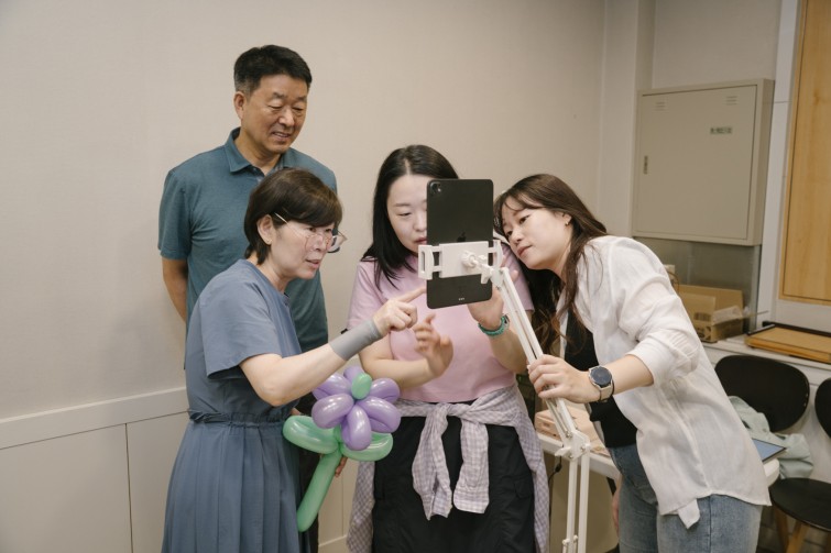 YTo1ODp7czo4OiJGaWxlTmFtZSI7czo0MDoiY2FiMmI0NGYtMzkzNy00OGU3LTkwYTAtZTdkNTIwZTFiMjg3LmpwZyI7czoxMjoiRmlsZURhdGVUaW1lIjtpOjE3NDkzNjkxNDM7czo4OiJGaWxlU2l6ZSI7aToxMDU0NDM1O3M6ODoiRmlsZVR5cGUiO2k6MjtzOjg6Ik1pbWVUeXBlIjtzOjEwOiJpbWFnZS9qcGVnIjtzOjEzOiJTZWN0aW9uc0ZvdW5kIjtzOjMwOiJBTllfVEFHLCBJRkQwLCBUSFVNQk5BSUwsIEVYSUYiO3M6ODoiQ09NUFVURUQiO2E6OTp7czo0OiJodG1sIjtzOjI2OiJ3aWR0aD0iMTc1MiIgaGVpZ2h0PSIxMTY4IiI7czo2OiJIZWlnaHQiO2k6MTE2ODtzOjU6IldpZHRoIjtpOjE3NTI7czo3OiJJc0NvbG9yIjtpOjE7czoxNzoiQnl0ZU9yZGVyTW90b3JvbGEiO2k6MDtzOjE1OiJBcGVydHVyZUZOdW1iZXIiO3M6NToiZi80LjAiO3M6OToiQ29weXJpZ2h0IjtzOjQ6IllBQkMiO3M6MTg6IlRodW1ibmFpbC5GaWxlVHlwZSI7aToyO3M6MTg6IlRodW1ibmFpbC5NaW1lVHlwZSI7czoxMDoiaW1hZ2UvanBlZyI7fXM6NDoiTWFrZSI7czo0OiJTT05ZIjtzOjU6Ik1vZGVsIjtzOjg6IklMQ0UtN000IjtzOjExOiJYUmVzb2x1dGlvbiI7czo1OiIyNDAvMSI7czoxMToiWVJlc29sdXRpb24iO3M6NToiMjQwLzEiO3M6MTQ6IlJlc29sdXRpb25Vbml0IjtpOjI7czo4OiJTb2Z0d2FyZSI7czo1MjoiQWRvYmUgUGhvdG9zaG9wIExpZ2h0cm9vbSBDbGFzc2ljIDE0LjMuMSAoTWFjaW50b3NoKSI7czo4OiJEYXRlVGltZSI7czoxOToiMjAyNTowNjowOCAxMzo1OTo0MCI7czo2OiJBcnRpc3QiO3M6NzoiWUFCQ19TRyI7czo5OiJDb3B5cmlnaHQiO3M6NDoiWUFCQyI7czoxNjoiRXhpZl9JRkRfUG9pbnRlciI7aToyNTQ7czo5OiJUSFVNQk5BSUwiO2E6Njp7czoxMToiQ29tcHJlc3Npb24iO2k6NjtzOjExOiJYUmVzb2x1dGlvbiI7czo0OiI3Mi8xIjtzOjExOiJZUmVzb2x1dGlvbiI7czo0OiI3Mi8xIjtzOjE0OiJSZXNvbHV0aW9uVW5pdCI7aToyO3M6MjE6IkpQRUdJbnRlcmNoYW5nZUZvcm1hdCI7aToxMDQwO3M6Mjc6IkpQRUdJbnRlcmNoYW5nZUZvcm1hdExlbmd0aCI7aToxMjQyNDt9czoxMjoiRXhwb3N1cmVUaW1lIjtzOjQ6IjEvNjAiO3M6NzoiRk51bWJlciI7czozOiI0LzEiO3M6MTU6IkV4cG9zdXJlUHJvZ3JhbSI7aToxO3M6MTU6IklTT1NwZWVkUmF0aW5ncyI7aToyNTA7czoxOToiVW5kZWZpbmVkVGFnOjB4ODgzMCI7aToyO3M6MTk6IlVuZGVmaW5lZFRhZzoweDg4MzIiO2k6MjUwO3M6MTE6IkV4aWZWZXJzaW9uIjtzOjQ6IjAyMzIiO3M6MTY6IkRhdGVUaW1lT3JpZ2luYWwiO3M6MTk6IjIwMjU6MDY6MDggMTA6MzY6MjQiO3M6MTc6IkRhdGVUaW1lRGlnaXRpemVkIjtzOjE5OiIyMDI1OjA2OjA4IDEwOjM2OjI0IjtzOjE5OiJVbmRlZmluZWRUYWc6MHg5MDEwIjtzOjY6IiswOTowMCI7czoxOToiVW5kZWZpbmVkVGFnOjB4OTAxMSI7czo2OiIrMDk6MDAiO3M6MTk6IlVuZGVmaW5lZFRhZzoweDkwMTIiO3M6NjoiKzA5OjAwIjtzOjE3OiJTaHV0dGVyU3BlZWRWYWx1ZSI7czoxNToiNTkwNjg5MS8xMDAwMDAwIjtzOjEzOiJBcGVydHVyZVZhbHVlIjtzOjM6IjQvMSI7czoxNToiQnJpZ2h0bmVzc1ZhbHVlIjtzOjk6IjcxMzQvMjU2MCI7czoxNzoiRXhwb3N1cmVCaWFzVmFsdWUiO3M6NDoiMC8xMCI7czoxNjoiTWF4QXBlcnR1cmVWYWx1ZSI7czo4OiIxMDI0LzI1NiI7czoxMjoiTWV0ZXJpbmdNb2RlIjtpOjU7czoxMToiTGlnaHRTb3VyY2UiO2k6MDtzOjU6IkZsYXNoIjtpOjEzO3M6MTE6IkZvY2FsTGVuZ3RoIjtzOjY6IjMxMC8xMCI7czoxODoiU3ViU2VjVGltZU9yaWdpbmFsIjtzOjM6IjkxMSI7czoxOToiU3ViU2VjVGltZURpZ2l0aXplZCI7czozOiI5MTEiO3M6MTA6IkNvbG9yU3BhY2UiO2k6NjU1MzU7czoyMToiRm9jYWxQbGFuZVhSZXNvbHV0aW9uIjtzOjE0OiI2NDQ0OTMzOS8zMjc2OCI7czoyMToiRm9jYWxQbGFuZVlSZXNvbHV0aW9uIjtzOjE0OiI2NDQ0OTMzOS8zMjc2OCI7czoyNDoiRm9jYWxQbGFuZVJlc29sdXRpb25Vbml0IjtpOjM7czoxMDoiRmlsZVNvdXJjZSI7czoxOiIDIjtzOjk6IlNjZW5lVHlwZSI7czoxOiIBIjtzOjE0OiJDdXN0b21SZW5kZXJlZCI7aTowO3M6MTI6IkV4cG9zdXJlTW9kZSI7aToxO3M6MTI6IldoaXRlQmFsYW5jZSI7aToxO3M6MTY6IkRpZ2l0YWxab29tUmF0aW8iO3M6NToiMTYvMTYiO3M6MjE6IkZvY2FsTGVuZ3RoSW4zNW1tRmlsbSI7aTozMTtzOjE2OiJTY2VuZUNhcHR1cmVUeXBlIjtpOjA7czo4OiJDb250cmFzdCI7aTowO3M6MTA6IlNhdHVyYXRpb24iO2k6MDtzOjk6IlNoYXJwbmVzcyI7aTowO3M6MTk6IlVuZGVmaW5lZFRhZzoweEE0MzIiO2E6NDp7aTowO3M6NjoiMjQwLzEwIjtpOjE7czo3OiIxMDUwLzEwIjtpOjI7czo1OiI0MC8xMCI7aTozO3M6NToiNDAvMTAiO31zOjE5OiJVbmRlZmluZWRUYWc6MHhBNDM0IjtzOjIwOiJGRSAyNC0xMDVtbSBGNCBHIE9TUyI7fQ==