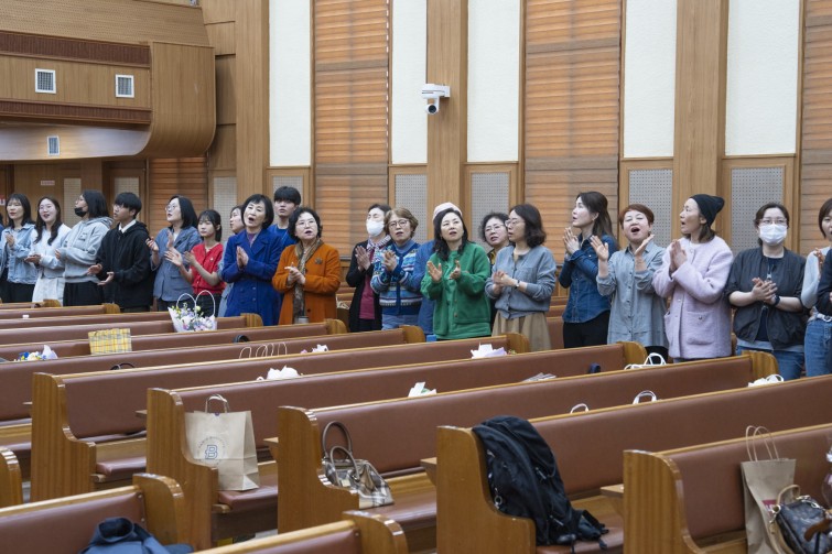 YTo1ODp7czo4OiJGaWxlTmFtZSI7czo0MDoiY2FkYmI0ODItODVkOC00YjI1LTk0ZDAtZTg1N2RmNTg0MzY1LmpwZyI7czoxMjoiRmlsZURhdGVUaW1lIjtpOjE3NDUxMDc0ODA7czo4OiJGaWxlU2l6ZSI7aToxNTg4NjAwO3M6ODoiRmlsZVR5cGUiO2k6MjtzOjg6Ik1pbWVUeXBlIjtzOjEwOiJpbWFnZS9qcGVnIjtzOjEzOiJTZWN0aW9uc0ZvdW5kIjtzOjMwOiJBTllfVEFHLCBJRkQwLCBUSFVNQk5BSUwsIEVYSUYiO3M6ODoiQ09NUFVURUQiO2E6OTp7czo0OiJodG1sIjtzOjI2OiJ3aWR0aD0iMTc1MiIgaGVpZ2h0PSIxMTY4IiI7czo2OiJIZWlnaHQiO2k6MTE2ODtzOjU6IldpZHRoIjtpOjE3NTI7czo3OiJJc0NvbG9yIjtpOjE7czoxNzoiQnl0ZU9yZGVyTW90b3JvbGEiO2k6MDtzOjE1OiJBcGVydHVyZUZOdW1iZXIiO3M6NToiZi83LjEiO3M6OToiQ29weXJpZ2h0IjtzOjQ6IllBQkMiO3M6MTg6IlRodW1ibmFpbC5GaWxlVHlwZSI7aToyO3M6MTg6IlRodW1ibmFpbC5NaW1lVHlwZSI7czoxMDoiaW1hZ2UvanBlZyI7fXM6NDoiTWFrZSI7czo0OiJTT05ZIjtzOjU6Ik1vZGVsIjtzOjg6IklMQ0UtN000IjtzOjExOiJYUmVzb2x1dGlvbiI7czo1OiIyNDAvMSI7czoxMToiWVJlc29sdXRpb24iO3M6NToiMjQwLzEiO3M6MTQ6IlJlc29sdXRpb25Vbml0IjtpOjI7czo4OiJTb2Z0d2FyZSI7czo1MDoiQWRvYmUgUGhvdG9zaG9wIExpZ2h0cm9vbSBDbGFzc2ljIDE0LjIgKE1hY2ludG9zaCkiO3M6ODoiRGF0ZVRpbWUiO3M6MTk6IjIwMjU6MDQ6MTkgMjE6NTc6NDciO3M6NjoiQXJ0aXN0IjtzOjc6IllBQkNfU0ciO3M6OToiQ29weXJpZ2h0IjtzOjQ6IllBQkMiO3M6MTY6IkV4aWZfSUZEX1BvaW50ZXIiO2k6MjUyO3M6OToiVEhVTUJOQUlMIjthOjY6e3M6MTE6IkNvbXByZXNzaW9uIjtpOjY7czoxMToiWFJlc29sdXRpb24iO3M6NDoiNzIvMSI7czoxMToiWVJlc29sdXRpb24iO3M6NDoiNzIvMSI7czoxNDoiUmVzb2x1dGlvblVuaXQiO2k6MjtzOjIxOiJKUEVHSW50ZXJjaGFuZ2VGb3JtYXQiO2k6MTAzODtzOjI3OiJKUEVHSW50ZXJjaGFuZ2VGb3JtYXRMZW5ndGgiO2k6MTg5MzI7fXM6MTI6IkV4cG9zdXJlVGltZSI7czo0OiIxLzYwIjtzOjc6IkZOdW1iZXIiO3M6NToiNzEvMTAiO3M6MTU6IkV4cG9zdXJlUHJvZ3JhbSI7aToxO3M6MTU6IklTT1NwZWVkUmF0aW5ncyI7aToxMjUwO3M6MTk6IlVuZGVmaW5lZFRhZzoweDg4MzAiO2k6MjtzOjE5OiJVbmRlZmluZWRUYWc6MHg4ODMyIjtpOjEyNTA7czoxMToiRXhpZlZlcnNpb24iO3M6NDoiMDIzMiI7czoxNjoiRGF0ZVRpbWVPcmlnaW5hbCI7czoxOToiMjAyNTowNDoxOSAxNTowODowNyI7czoxNzoiRGF0ZVRpbWVEaWdpdGl6ZWQiO3M6MTk6IjIwMjU6MDQ6MTkgMTU6MDg6MDciO3M6MTk6IlVuZGVmaW5lZFRhZzoweDkwMTAiO3M6NjoiKzA5OjAwIjtzOjE5OiJVbmRlZmluZWRUYWc6MHg5MDExIjtzOjY6IiswOTowMCI7czoxOToiVW5kZWZpbmVkVGFnOjB4OTAxMiI7czo2OiIrMDk6MDAiO3M6MTc6IlNodXR0ZXJTcGVlZFZhbHVlIjtzOjE1OiI1OTA2ODkxLzEwMDAwMDAiO3M6MTM6IkFwZXJ0dXJlVmFsdWUiO3M6MTU6IjU2NTU2MzgvMTAwMDAwMCI7czoxNToiQnJpZ2h0bmVzc1ZhbHVlIjtzOjk6IjUzNTQvMjU2MCI7czoxNzoiRXhwb3N1cmVCaWFzVmFsdWUiO3M6NDoiMC8xMCI7czoxNjoiTWF4QXBlcnR1cmVWYWx1ZSI7czo3OiI3NjAvMjU2IjtzOjEyOiJNZXRlcmluZ01vZGUiO2k6NTtzOjExOiJMaWdodFNvdXJjZSI7aTowO3M6NToiRmxhc2giO2k6MTM7czoxMToiRm9jYWxMZW5ndGgiO3M6NjoiNzAwLzEwIjtzOjE4OiJTdWJTZWNUaW1lT3JpZ2luYWwiO3M6MzoiMTI4IjtzOjE5OiJTdWJTZWNUaW1lRGlnaXRpemVkIjtzOjM6IjEyOCI7czoxMDoiQ29sb3JTcGFjZSI7aTo2NTUzNTtzOjIxOiJGb2NhbFBsYW5lWFJlc29sdXRpb24iO3M6MTQ6IjY0NDQ5MzM5LzMyNzY4IjtzOjIxOiJGb2NhbFBsYW5lWVJlc29sdXRpb24iO3M6MTQ6IjY0NDQ5MzM5LzMyNzY4IjtzOjI0OiJGb2NhbFBsYW5lUmVzb2x1dGlvblVuaXQiO2k6MztzOjEwOiJGaWxlU291cmNlIjtzOjE6IgMiO3M6OToiU2NlbmVUeXBlIjtzOjE6IgEiO3M6MTQ6IkN1c3RvbVJlbmRlcmVkIjtpOjA7czoxMjoiRXhwb3N1cmVNb2RlIjtpOjE7czoxMjoiV2hpdGVCYWxhbmNlIjtpOjA7czoxNjoiRGlnaXRhbFpvb21SYXRpbyI7czo1OiIxNi8xNiI7czoyMToiRm9jYWxMZW5ndGhJbjM1bW1GaWxtIjtpOjcwO3M6MTY6IlNjZW5lQ2FwdHVyZVR5cGUiO2k6MDtzOjg6IkNvbnRyYXN0IjtpOjA7czoxMDoiU2F0dXJhdGlvbiI7aTowO3M6OToiU2hhcnBuZXNzIjtpOjA7czoxOToiVW5kZWZpbmVkVGFnOjB4QTQzMiI7YTo0OntpOjA7czo2OiIyNDAvMTAiO2k6MTtzOjY6IjcwMC8xMCI7aToyO3M6NToiMjgvMTAiO2k6MztzOjU6IjI4LzEwIjt9czoxOToiVW5kZWZpbmVkVGFnOjB4QTQzNCI7czoyMToiRkUgMjQtNzBtbSBGMi44IEdNIElJIjt9