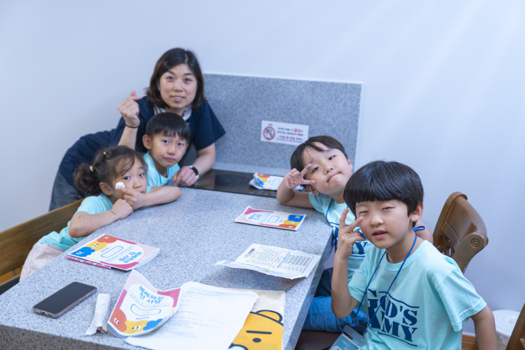 YTo1ODp7czo4OiJGaWxlTmFtZSI7czo0MDoiY2VlMzNhYTktNzg3ZC00MDVmLTllMGMtMmI4MDdlMDc4Y2YzLmpwZyI7czoxMjoiRmlsZURhdGVUaW1lIjtpOjE3NTM3NjYyMDM7czo4OiJGaWxlU2l6ZSI7aToxMjA0NTY5O3M6ODoiRmlsZVR5cGUiO2k6MjtzOjg6Ik1pbWVUeXBlIjtzOjEwOiJpbWFnZS9qcGVnIjtzOjEzOiJTZWN0aW9uc0ZvdW5kIjtzOjMwOiJBTllfVEFHLCBJRkQwLCBUSFVNQk5BSUwsIEVYSUYiO3M6ODoiQ09NUFVURUQiO2E6OTp7czo0OiJodG1sIjtzOjI2OiJ3aWR0aD0iMTY5MyIgaGVpZ2h0PSIxMTI5IiI7czo2OiJIZWlnaHQiO2k6MTEyOTtzOjU6IldpZHRoIjtpOjE2OTM7czo3OiJJc0NvbG9yIjtpOjE7czoxNzoiQnl0ZU9yZGVyTW90b3JvbGEiO2k6MDtzOjE1OiJBcGVydHVyZUZOdW1iZXIiO3M6NToiZi8yLjgiO3M6OToiQ29weXJpZ2h0IjtzOjQ6IllBQkMiO3M6MTg6IlRodW1ibmFpbC5GaWxlVHlwZSI7aToyO3M6MTg6IlRodW1ibmFpbC5NaW1lVHlwZSI7czoxMDoiaW1hZ2UvanBlZyI7fXM6NDoiTWFrZSI7czo0OiJTT05ZIjtzOjU6Ik1vZGVsIjtzOjg6IklMQ0UtN000IjtzOjExOiJYUmVzb2x1dGlvbiI7czo1OiIyNDAvMSI7czoxMToiWVJlc29sdXRpb24iO3M6NToiMjQwLzEiO3M6MTQ6IlJlc29sdXRpb25Vbml0IjtpOjI7czo4OiJTb2Z0d2FyZSI7czo1MDoiQWRvYmUgUGhvdG9zaG9wIExpZ2h0cm9vbSBDbGFzc2ljIDE0LjQgKE1hY2ludG9zaCkiO3M6ODoiRGF0ZVRpbWUiO3M6MTk6IjIwMjU6MDc6MjkgMTQ6MTE6NTMiO3M6NjoiQXJ0aXN0IjtzOjc6IllBQkNfU0ciO3M6OToiQ29weXJpZ2h0IjtzOjQ6IllBQkMiO3M6MTY6IkV4aWZfSUZEX1BvaW50ZXIiO2k6MjUyO3M6OToiVEhVTUJOQUlMIjthOjY6e3M6MTE6IkNvbXByZXNzaW9uIjtpOjY7czoxMToiWFJlc29sdXRpb24iO3M6NDoiNzIvMSI7czoxMToiWVJlc29sdXRpb24iO3M6NDoiNzIvMSI7czoxNDoiUmVzb2x1dGlvblVuaXQiO2k6MjtzOjIxOiJKUEVHSW50ZXJjaGFuZ2VGb3JtYXQiO2k6MTAzODtzOjI3OiJKUEVHSW50ZXJjaGFuZ2VGb3JtYXRMZW5ndGgiO2k6MTQzNjg7fXM6MTI6IkV4cG9zdXJlVGltZSI7czo0OiIxLzgwIjtzOjc6IkZOdW1iZXIiO3M6NToiMjgvMTAiO3M6MTU6IkV4cG9zdXJlUHJvZ3JhbSI7aToxO3M6MTU6IklTT1NwZWVkUmF0aW5ncyI7aTo1MDA7czoxOToiVW5kZWZpbmVkVGFnOjB4ODgzMCI7aToyO3M6MTk6IlVuZGVmaW5lZFRhZzoweDg4MzIiO2k6NTAwO3M6MTE6IkV4aWZWZXJzaW9uIjtzOjQ6IjAyMzIiO3M6MTY6IkRhdGVUaW1lT3JpZ2luYWwiO3M6MTk6IjIwMjU6MDc6MjYgMjA6MDg6NDMiO3M6MTc6IkRhdGVUaW1lRGlnaXRpemVkIjtzOjE5OiIyMDI1OjA3OjI2IDIwOjA4OjQzIjtzOjE5OiJVbmRlZmluZWRUYWc6MHg5MDEwIjtzOjY6IiswOTowMCI7czoxOToiVW5kZWZpbmVkVGFnOjB4OTAxMSI7czo2OiIrMDk6MDAiO3M6MTk6IlVuZGVmaW5lZFRhZzoweDkwMTIiO3M6NjoiKzA5OjAwIjtzOjE3OiJTaHV0dGVyU3BlZWRWYWx1ZSI7czoxNToiNjMyMTkyOC8xMDAwMDAwIjtzOjEzOiJBcGVydHVyZVZhbHVlIjtzOjE1OiIyOTcwODU0LzEwMDAwMDAiO3M6MTU6IkJyaWdodG5lc3NWYWx1ZSI7czo5OiIyOTE0LzI1NjAiO3M6MTc6IkV4cG9zdXJlQmlhc1ZhbHVlIjtzOjQ6IjAvMTAiO3M6MTY6Ik1heEFwZXJ0dXJlVmFsdWUiO3M6NzoiNzYwLzI1NiI7czoxMjoiTWV0ZXJpbmdNb2RlIjtpOjU7czoxMToiTGlnaHRTb3VyY2UiO2k6MDtzOjU6IkZsYXNoIjtpOjE1O3M6MTE6IkZvY2FsTGVuZ3RoIjtzOjY6IjM3MC8xMCI7czoxODoiU3ViU2VjVGltZU9yaWdpbmFsIjtzOjM6IjEzOCI7czoxOToiU3ViU2VjVGltZURpZ2l0aXplZCI7czozOiIxMzgiO3M6MTA6IkNvbG9yU3BhY2UiO2k6NjU1MzU7czoyMToiRm9jYWxQbGFuZVhSZXNvbHV0aW9uIjtzOjE0OiI2NDQ0OTMzOS8zMjc2OCI7czoyMToiRm9jYWxQbGFuZVlSZXNvbHV0aW9uIjtzOjE0OiI2NDQ0OTMzOS8zMjc2OCI7czoyNDoiRm9jYWxQbGFuZVJlc29sdXRpb25Vbml0IjtpOjM7czoxMDoiRmlsZVNvdXJjZSI7czoxOiIDIjtzOjk6IlNjZW5lVHlwZSI7czoxOiIBIjtzOjE0OiJDdXN0b21SZW5kZXJlZCI7aTowO3M6MTI6IkV4cG9zdXJlTW9kZSI7aToxO3M6MTI6IldoaXRlQmFsYW5jZSI7aToxO3M6MTY6IkRpZ2l0YWxab29tUmF0aW8iO3M6NToiMTYvMTYiO3M6MjE6IkZvY2FsTGVuZ3RoSW4zNW1tRmlsbSI7aTozNztzOjE2OiJTY2VuZUNhcHR1cmVUeXBlIjtpOjA7czo4OiJDb250cmFzdCI7aTowO3M6MTA6IlNhdHVyYXRpb24iO2k6MDtzOjk6IlNoYXJwbmVzcyI7aTowO3M6MTk6IlVuZGVmaW5lZFRhZzoweEE0MzIiO2E6NDp7aTowO3M6NjoiMjQwLzEwIjtpOjE7czo2OiI3MDAvMTAiO2k6MjtzOjU6IjI4LzEwIjtpOjM7czo1OiIyOC8xMCI7fXM6MTk6IlVuZGVmaW5lZFRhZzoweEE0MzQiO3M6MjE6IkZFIDI0LTcwbW0gRjIuOCBHTSBJSSI7fQ==