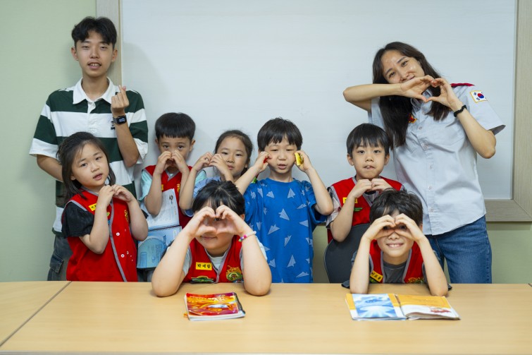 YTo1ODp7czo4OiJGaWxlTmFtZSI7czo0MDoiZDVhYTIxMzktNjE2ZS00NmNiLWIyZDctMzQwMmI2MzYwMzQxLmpwZyI7czoxMjoiRmlsZURhdGVUaW1lIjtpOjE3NTc4MjAxNjQ7czo4OiJGaWxlU2l6ZSI7aToxMjQ1MDIzO3M6ODoiRmlsZVR5cGUiO2k6MjtzOjg6Ik1pbWVUeXBlIjtzOjEwOiJpbWFnZS9qcGVnIjtzOjEzOiJTZWN0aW9uc0ZvdW5kIjtzOjMwOiJBTllfVEFHLCBJRkQwLCBUSFVNQk5BSUwsIEVYSUYiO3M6ODoiQ09NUFVURUQiO2E6OTp7czo0OiJodG1sIjtzOjI2OiJ3aWR0aD0iMTc1MiIgaGVpZ2h0PSIxMTY4IiI7czo2OiJIZWlnaHQiO2k6MTE2ODtzOjU6IldpZHRoIjtpOjE3NTI7czo3OiJJc0NvbG9yIjtpOjE7czoxNzoiQnl0ZU9yZGVyTW90b3JvbGEiO2k6MDtzOjE1OiJBcGVydHVyZUZOdW1iZXIiO3M6NToiZi8yLjgiO3M6OToiQ29weXJpZ2h0IjtzOjQ6IllBQkMiO3M6MTg6IlRodW1ibmFpbC5GaWxlVHlwZSI7aToyO3M6MTg6IlRodW1ibmFpbC5NaW1lVHlwZSI7czoxMDoiaW1hZ2UvanBlZyI7fXM6NDoiTWFrZSI7czo0OiJTT05ZIjtzOjU6Ik1vZGVsIjtzOjg6IklMQ0UtN000IjtzOjExOiJYUmVzb2x1dGlvbiI7czo1OiIyNDAvMSI7czoxMToiWVJlc29sdXRpb24iO3M6NToiMjQwLzEiO3M6MTQ6IlJlc29sdXRpb25Vbml0IjtpOjI7czo4OiJTb2Z0d2FyZSI7czo1MjoiQWRvYmUgUGhvdG9zaG9wIExpZ2h0cm9vbSBDbGFzc2ljIDE0LjUuMSAoTWFjaW50b3NoKSI7czo4OiJEYXRlVGltZSI7czoxOToiMjAyNTowOToxNCAxMjoyMTowOCI7czo2OiJBcnRpc3QiO3M6NzoiWUFCQ19TRyI7czo5OiJDb3B5cmlnaHQiO3M6NDoiWUFCQyI7czoxNjoiRXhpZl9JRkRfUG9pbnRlciI7aToyNTQ7czo5OiJUSFVNQk5BSUwiO2E6Njp7czoxMToiQ29tcHJlc3Npb24iO2k6NjtzOjExOiJYUmVzb2x1dGlvbiI7czo0OiI3Mi8xIjtzOjExOiJZUmVzb2x1dGlvbiI7czo0OiI3Mi8xIjtzOjE0OiJSZXNvbHV0aW9uVW5pdCI7aToyO3M6MjE6IkpQRUdJbnRlcmNoYW5nZUZvcm1hdCI7aToxMDQwO3M6Mjc6IkpQRUdJbnRlcmNoYW5nZUZvcm1hdExlbmd0aCI7aToxNTgyNzt9czoxMjoiRXhwb3N1cmVUaW1lIjtzOjU6IjEvMTAwIjtzOjc6IkZOdW1iZXIiO3M6NToiMjgvMTAiO3M6MTU6IkV4cG9zdXJlUHJvZ3JhbSI7aToxO3M6MTU6IklTT1NwZWVkUmF0aW5ncyI7aToyNTA7czoxOToiVW5kZWZpbmVkVGFnOjB4ODgzMCI7aToyO3M6MTk6IlVuZGVmaW5lZFRhZzoweDg4MzIiO2k6MjUwO3M6MTE6IkV4aWZWZXJzaW9uIjtzOjQ6IjAyMzIiO3M6MTY6IkRhdGVUaW1lT3JpZ2luYWwiO3M6MTk6IjIwMjU6MDk6MTMgMTA6NDc6MTAiO3M6MTc6IkRhdGVUaW1lRGlnaXRpemVkIjtzOjE5OiIyMDI1OjA5OjEzIDEwOjQ3OjEwIjtzOjE5OiJVbmRlZmluZWRUYWc6MHg5MDEwIjtzOjY6IiswOTowMCI7czoxOToiVW5kZWZpbmVkVGFnOjB4OTAxMSI7czo2OiIrMDk6MDAiO3M6MTk6IlVuZGVmaW5lZFRhZzoweDkwMTIiO3M6NjoiKzA5OjAwIjtzOjE3OiJTaHV0dGVyU3BlZWRWYWx1ZSI7czoxNToiNjY0Mzg1Ni8xMDAwMDAwIjtzOjEzOiJBcGVydHVyZVZhbHVlIjtzOjE1OiIyOTcwODU0LzEwMDAwMDAiO3M6MTU6IkJyaWdodG5lc3NWYWx1ZSI7czo5OiI4MjI0LzI1NjAiO3M6MTc6IkV4cG9zdXJlQmlhc1ZhbHVlIjtzOjQ6IjAvMTAiO3M6MTY6Ik1heEFwZXJ0dXJlVmFsdWUiO3M6NzoiNzYwLzI1NiI7czoxMjoiTWV0ZXJpbmdNb2RlIjtpOjU7czoxMToiTGlnaHRTb3VyY2UiO2k6MDtzOjU6IkZsYXNoIjtpOjEzO3M6MTE6IkZvY2FsTGVuZ3RoIjtzOjY6IjQ4MC8xMCI7czoxODoiU3ViU2VjVGltZU9yaWdpbmFsIjtzOjM6IjgxMiI7czoxOToiU3ViU2VjVGltZURpZ2l0aXplZCI7czozOiI4MTIiO3M6MTA6IkNvbG9yU3BhY2UiO2k6NjU1MzU7czoyMToiRm9jYWxQbGFuZVhSZXNvbHV0aW9uIjtzOjE0OiI2NDQ0OTMzOS8zMjc2OCI7czoyMToiRm9jYWxQbGFuZVlSZXNvbHV0aW9uIjtzOjE0OiI2NDQ0OTMzOS8zMjc2OCI7czoyNDoiRm9jYWxQbGFuZVJlc29sdXRpb25Vbml0IjtpOjM7czoxMDoiRmlsZVNvdXJjZSI7czoxOiIDIjtzOjk6IlNjZW5lVHlwZSI7czoxOiIBIjtzOjE0OiJDdXN0b21SZW5kZXJlZCI7aTowO3M6MTI6IkV4cG9zdXJlTW9kZSI7aToxO3M6MTI6IldoaXRlQmFsYW5jZSI7aToxO3M6MTY6IkRpZ2l0YWxab29tUmF0aW8iO3M6NToiMTYvMTYiO3M6MjE6IkZvY2FsTGVuZ3RoSW4zNW1tRmlsbSI7aTo0ODtzOjE2OiJTY2VuZUNhcHR1cmVUeXBlIjtpOjA7czo4OiJDb250cmFzdCI7aTowO3M6MTA6IlNhdHVyYXRpb24iO2k6MDtzOjk6IlNoYXJwbmVzcyI7aTowO3M6MTk6IlVuZGVmaW5lZFRhZzoweEE0MzIiO2E6NDp7aTowO3M6NjoiMjQwLzEwIjtpOjE7czo2OiI3MDAvMTAiO2k6MjtzOjU6IjI4LzEwIjtpOjM7czo1OiIyOC8xMCI7fXM6MTk6IlVuZGVmaW5lZFRhZzoweEE0MzQiO3M6MjE6IkZFIDI0LTcwbW0gRjIuOCBHTSBJSSI7fQ==