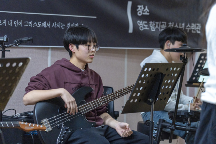 YTo1ODp7czo4OiJGaWxlTmFtZSI7czo0MDoiZDgxN2RkNzEtMjMwMS00NDEzLWE4OTQtMWI1NjE4NTVlNmNhLmpwZyI7czoxMjoiRmlsZURhdGVUaW1lIjtpOjE3NzA3MDQzMjk7czo4OiJGaWxlU2l6ZSI7aToxNTczMjM3O3M6ODoiRmlsZVR5cGUiO2k6MjtzOjg6Ik1pbWVUeXBlIjtzOjEwOiJpbWFnZS9qcGVnIjtzOjEzOiJTZWN0aW9uc0ZvdW5kIjtzOjMwOiJBTllfVEFHLCBJRkQwLCBUSFVNQk5BSUwsIEVYSUYiO3M6ODoiQ09NUFVURUQiO2E6OTp7czo0OiJodG1sIjtzOjI2OiJ3aWR0aD0iMTc1MiIgaGVpZ2h0PSIxMTY4IiI7czo2OiJIZWlnaHQiO2k6MTE2ODtzOjU6IldpZHRoIjtpOjE3NTI7czo3OiJJc0NvbG9yIjtpOjE7czoxNzoiQnl0ZU9yZGVyTW90b3JvbGEiO2k6MDtzOjE1OiJBcGVydHVyZUZOdW1iZXIiO3M6NToiZi80LjAiO3M6OToiQ29weXJpZ2h0IjtzOjQ6IllBQkMiO3M6MTg6IlRodW1ibmFpbC5GaWxlVHlwZSI7aToyO3M6MTg6IlRodW1ibmFpbC5NaW1lVHlwZSI7czoxMDoiaW1hZ2UvanBlZyI7fXM6NDoiTWFrZSI7czo0OiJTT05ZIjtzOjU6Ik1vZGVsIjtzOjg6IklMQ0UtN000IjtzOjExOiJYUmVzb2x1dGlvbiI7czo1OiIyNDAvMSI7czoxMToiWVJlc29sdXRpb24iO3M6NToiMjQwLzEiO3M6MTQ6IlJlc29sdXRpb25Vbml0IjtpOjI7czo4OiJTb2Z0d2FyZSI7czo1MjoiQWRvYmUgUGhvdG9zaG9wIExpZ2h0cm9vbSBDbGFzc2ljIDE1LjEuMSAoTWFjaW50b3NoKSI7czo4OiJEYXRlVGltZSI7czoxOToiMjAyNjowMjoxMCAxNDo1MjozMCI7czo2OiJBcnRpc3QiO3M6NzoiWUFCQ19TRyI7czo5OiJDb3B5cmlnaHQiO3M6NDoiWUFCQyI7czoxNjoiRXhpZl9JRkRfUG9pbnRlciI7aToyNTQ7czo5OiJUSFVNQk5BSUwiO2E6Njp7czoxMToiQ29tcHJlc3Npb24iO2k6NjtzOjExOiJYUmVzb2x1dGlvbiI7czo0OiI3Mi8xIjtzOjExOiJZUmVzb2x1dGlvbiI7czo0OiI3Mi8xIjtzOjE0OiJSZXNvbHV0aW9uVW5pdCI7aToyO3M6MjE6IkpQRUdJbnRlcmNoYW5nZUZvcm1hdCI7aToxMDQwO3M6Mjc6IkpQRUdJbnRlcmNoYW5nZUZvcm1hdExlbmd0aCI7aToxNjA2Njt9czoxMjoiRXhwb3N1cmVUaW1lIjtzOjU6IjEvMTI1IjtzOjc6IkZOdW1iZXIiO3M6MzoiNC8xIjtzOjE1OiJFeHBvc3VyZVByb2dyYW0iO2k6MTtzOjE1OiJJU09TcGVlZFJhdGluZ3MiO2k6MjAwMDtzOjE5OiJVbmRlZmluZWRUYWc6MHg4ODMwIjtpOjI7czoxOToiVW5kZWZpbmVkVGFnOjB4ODgzMiI7aToyMDAwO3M6MTE6IkV4aWZWZXJzaW9uIjtzOjQ6IjAyMzIiO3M6MTY6IkRhdGVUaW1lT3JpZ2luYWwiO3M6MTk6IjIwMjY6MDI6MDggMTk6NTI6NTIiO3M6MTc6IkRhdGVUaW1lRGlnaXRpemVkIjtzOjE5OiIyMDI2OjAyOjA4IDE5OjUyOjUyIjtzOjE5OiJVbmRlZmluZWRUYWc6MHg5MDEwIjtzOjY6IiswOTowMCI7czoxOToiVW5kZWZpbmVkVGFnOjB4OTAxMSI7czo2OiIrMDk6MDAiO3M6MTk6IlVuZGVmaW5lZFRhZzoweDkwMTIiO3M6NjoiKzA5OjAwIjtzOjE3OiJTaHV0dGVyU3BlZWRWYWx1ZSI7czoxNToiNjk2NTc4NC8xMDAwMDAwIjtzOjEzOiJBcGVydHVyZVZhbHVlIjtzOjM6IjQvMSI7czoxNToiQnJpZ2h0bmVzc1ZhbHVlIjtzOjEwOiItNDk3Ni8yNTYwIjtzOjE3OiJFeHBvc3VyZUJpYXNWYWx1ZSI7czo0OiIwLzEwIjtzOjE2OiJNYXhBcGVydHVyZVZhbHVlIjtzOjg6IjEwMjQvMjU2IjtzOjEyOiJNZXRlcmluZ01vZGUiO2k6NTtzOjExOiJMaWdodFNvdXJjZSI7aTowO3M6NToiRmxhc2giO2k6MTY7czoxMToiRm9jYWxMZW5ndGgiO3M6NzoiMTM3MC8xMCI7czoxODoiU3ViU2VjVGltZU9yaWdpbmFsIjtzOjM6IjkwMyI7czoxOToiU3ViU2VjVGltZURpZ2l0aXplZCI7czozOiI5MDMiO3M6MTA6IkNvbG9yU3BhY2UiO2k6NjU1MzU7czoyMToiRm9jYWxQbGFuZVhSZXNvbHV0aW9uIjtzOjE0OiI2NDQ0OTMzOS8zMjc2OCI7czoyMToiRm9jYWxQbGFuZVlSZXNvbHV0aW9uIjtzOjE0OiI2NDQ0OTMzOS8zMjc2OCI7czoyNDoiRm9jYWxQbGFuZVJlc29sdXRpb25Vbml0IjtpOjM7czoxMDoiRmlsZVNvdXJjZSI7czoxOiIDIjtzOjk6IlNjZW5lVHlwZSI7czoxOiIBIjtzOjE0OiJDdXN0b21SZW5kZXJlZCI7aTowO3M6MTI6IkV4cG9zdXJlTW9kZSI7aToxO3M6MTI6IldoaXRlQmFsYW5jZSI7aTowO3M6MTY6IkRpZ2l0YWxab29tUmF0aW8iO3M6NToiMTYvMTYiO3M6MjE6IkZvY2FsTGVuZ3RoSW4zNW1tRmlsbSI7aToxMzc7czoxNjoiU2NlbmVDYXB0dXJlVHlwZSI7aTowO3M6ODoiQ29udHJhc3QiO2k6MTtzOjEwOiJTYXR1cmF0aW9uIjtpOjE7czo5OiJTaGFycG5lc3MiO2k6MDtzOjE5OiJVbmRlZmluZWRUYWc6MHhBNDMyIjthOjQ6e2k6MDtzOjY6IjcwMC8xMCI7aToxO3M6NzoiMjAwMC8xMCI7aToyO3M6NToiNDAvMTAiO2k6MztzOjU6IjQwLzEwIjt9czoxOToiVW5kZWZpbmVkVGFnOjB4QTQzNCI7czoyMDoiRkUgNzAtMjAwbW0gRjQgRyBPU1MiO30=