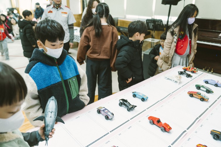 YTo1ODp7czo4OiJGaWxlTmFtZSI7czo0MDoiZGQ0MmE5MzItZDAyMy00NTI5LWJjNmEtYmQ4NGZmNDQ5OGMyLmpwZyI7czoxMjoiRmlsZURhdGVUaW1lIjtpOjE3NjUwNzg3NTI7czo4OiJGaWxlU2l6ZSI7aToxNTI5MDAxO3M6ODoiRmlsZVR5cGUiO2k6MjtzOjg6Ik1pbWVUeXBlIjtzOjEwOiJpbWFnZS9qcGVnIjtzOjEzOiJTZWN0aW9uc0ZvdW5kIjtzOjMwOiJBTllfVEFHLCBJRkQwLCBUSFVNQk5BSUwsIEVYSUYiO3M6ODoiQ09NUFVURUQiO2E6OTp7czo0OiJodG1sIjtzOjI2OiJ3aWR0aD0iMTc1MiIgaGVpZ2h0PSIxMTY4IiI7czo2OiJIZWlnaHQiO2k6MTE2ODtzOjU6IldpZHRoIjtpOjE3NTI7czo3OiJJc0NvbG9yIjtpOjE7czoxNzoiQnl0ZU9yZGVyTW90b3JvbGEiO2k6MDtzOjE1OiJBcGVydHVyZUZOdW1iZXIiO3M6NToiZi8yLjgiO3M6OToiQ29weXJpZ2h0IjtzOjQ6IllBQkMiO3M6MTg6IlRodW1ibmFpbC5GaWxlVHlwZSI7aToyO3M6MTg6IlRodW1ibmFpbC5NaW1lVHlwZSI7czoxMDoiaW1hZ2UvanBlZyI7fXM6NDoiTWFrZSI7czo0OiJTT05ZIjtzOjU6Ik1vZGVsIjtzOjg6IklMQ0UtN000IjtzOjExOiJYUmVzb2x1dGlvbiI7czo1OiIyNDAvMSI7czoxMToiWVJlc29sdXRpb24iO3M6NToiMjQwLzEiO3M6MTQ6IlJlc29sdXRpb25Vbml0IjtpOjI7czo4OiJTb2Z0d2FyZSI7czo1MjoiQWRvYmUgUGhvdG9zaG9wIExpZ2h0cm9vbSBDbGFzc2ljIDE1LjAuMSAoTWFjaW50b3NoKSI7czo4OiJEYXRlVGltZSI7czoxOToiMjAyNToxMjowNyAxMjozNTo0NyI7czo2OiJBcnRpc3QiO3M6NzoiWUFCQ19TRyI7czo5OiJDb3B5cmlnaHQiO3M6NDoiWUFCQyI7czoxNjoiRXhpZl9JRkRfUG9pbnRlciI7aToyNTQ7czo5OiJUSFVNQk5BSUwiO2E6Njp7czoxMToiQ29tcHJlc3Npb24iO2k6NjtzOjExOiJYUmVzb2x1dGlvbiI7czo0OiI3Mi8xIjtzOjExOiJZUmVzb2x1dGlvbiI7czo0OiI3Mi8xIjtzOjE0OiJSZXNvbHV0aW9uVW5pdCI7aToyO3M6MjE6IkpQRUdJbnRlcmNoYW5nZUZvcm1hdCI7aToxMDQwO3M6Mjc6IkpQRUdJbnRlcmNoYW5nZUZvcm1hdExlbmd0aCI7aToxODE3Mzt9czoxMjoiRXhwb3N1cmVUaW1lIjtzOjU6IjEvMjUwIjtzOjc6IkZOdW1iZXIiO3M6NToiMjgvMTAiO3M6MTU6IkV4cG9zdXJlUHJvZ3JhbSI7aToxO3M6MTU6IklTT1NwZWVkUmF0aW5ncyI7aTo1MDA7czoxOToiVW5kZWZpbmVkVGFnOjB4ODgzMCI7aToyO3M6MTk6IlVuZGVmaW5lZFRhZzoweDg4MzIiO2k6NTAwO3M6MTE6IkV4aWZWZXJzaW9uIjtzOjQ6IjAyMzIiO3M6MTY6IkRhdGVUaW1lT3JpZ2luYWwiO3M6MTk6IjIwMjU6MTI6MDYgMDk6MzY6MjYiO3M6MTc6IkRhdGVUaW1lRGlnaXRpemVkIjtzOjE5OiIyMDI1OjEyOjA2IDA5OjM2OjI2IjtzOjE5OiJVbmRlZmluZWRUYWc6MHg5MDEwIjtzOjY6IiswOTowMCI7czoxOToiVW5kZWZpbmVkVGFnOjB4OTAxMSI7czo2OiIrMDk6MDAiO3M6MTk6IlVuZGVmaW5lZFRhZzoweDkwMTIiO3M6NjoiKzA5OjAwIjtzOjE3OiJTaHV0dGVyU3BlZWRWYWx1ZSI7czoxNToiNzk2NTc4NC8xMDAwMDAwIjtzOjEzOiJBcGVydHVyZVZhbHVlIjtzOjE1OiIyOTcwODU0LzEwMDAwMDAiO3M6MTU6IkJyaWdodG5lc3NWYWx1ZSI7czo5OiI2ODM0LzI1NjAiO3M6MTc6IkV4cG9zdXJlQmlhc1ZhbHVlIjtzOjQ6IjAvMTAiO3M6MTY6Ik1heEFwZXJ0dXJlVmFsdWUiO3M6NzoiNzYwLzI1NiI7czoxMjoiTWV0ZXJpbmdNb2RlIjtpOjU7czoxMToiTGlnaHRTb3VyY2UiO2k6MDtzOjU6IkZsYXNoIjtpOjEzO3M6MTE6IkZvY2FsTGVuZ3RoIjtzOjY6IjI4MC8xMCI7czoxODoiU3ViU2VjVGltZU9yaWdpbmFsIjtzOjM6IjQyMiI7czoxOToiU3ViU2VjVGltZURpZ2l0aXplZCI7czozOiI0MjIiO3M6MTA6IkNvbG9yU3BhY2UiO2k6NjU1MzU7czoyMToiRm9jYWxQbGFuZVhSZXNvbHV0aW9uIjtzOjE0OiI2NDQ0OTMzOS8zMjc2OCI7czoyMToiRm9jYWxQbGFuZVlSZXNvbHV0aW9uIjtzOjE0OiI2NDQ0OTMzOS8zMjc2OCI7czoyNDoiRm9jYWxQbGFuZVJlc29sdXRpb25Vbml0IjtpOjM7czoxMDoiRmlsZVNvdXJjZSI7czoxOiIDIjtzOjk6IlNjZW5lVHlwZSI7czoxOiIBIjtzOjE0OiJDdXN0b21SZW5kZXJlZCI7aTowO3M6MTI6IkV4cG9zdXJlTW9kZSI7aToxO3M6MTI6IldoaXRlQmFsYW5jZSI7aToxO3M6MTY6IkRpZ2l0YWxab29tUmF0aW8iO3M6NToiMTYvMTYiO3M6MjE6IkZvY2FsTGVuZ3RoSW4zNW1tRmlsbSI7aToyODtzOjE2OiJTY2VuZUNhcHR1cmVUeXBlIjtpOjA7czo4OiJDb250cmFzdCI7aTowO3M6MTA6IlNhdHVyYXRpb24iO2k6MDtzOjk6IlNoYXJwbmVzcyI7aTowO3M6MTk6IlVuZGVmaW5lZFRhZzoweEE0MzIiO2E6NDp7aTowO3M6NjoiMjQwLzEwIjtpOjE7czo2OiI3MDAvMTAiO2k6MjtzOjU6IjI4LzEwIjtpOjM7czo1OiIyOC8xMCI7fXM6MTk6IlVuZGVmaW5lZFRhZzoweEE0MzQiO3M6MjE6IkZFIDI0LTcwbW0gRjIuOCBHTSBJSSI7fQ==