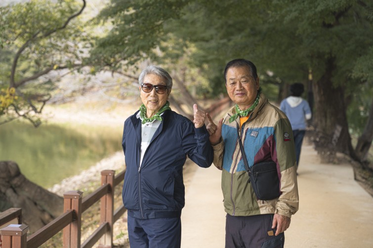 YTo1ODp7czo4OiJGaWxlTmFtZSI7czo0MDoiZGYzZjE1YWItOGRmYS00OWI4LTgzODktZmE1NzZiMWFjN2RkLmpwZyI7czoxMjoiRmlsZURhdGVUaW1lIjtpOjE3NjEyOTgxMjU7czo4OiJGaWxlU2l6ZSI7aToxMjQ5NDk1O3M6ODoiRmlsZVR5cGUiO2k6MjtzOjg6Ik1pbWVUeXBlIjtzOjEwOiJpbWFnZS9qcGVnIjtzOjEzOiJTZWN0aW9uc0ZvdW5kIjtzOjMwOiJBTllfVEFHLCBJRkQwLCBUSFVNQk5BSUwsIEVYSUYiO3M6ODoiQ09NUFVURUQiO2E6OTp7czo0OiJodG1sIjtzOjI2OiJ3aWR0aD0iMTc1MiIgaGVpZ2h0PSIxMTY4IiI7czo2OiJIZWlnaHQiO2k6MTE2ODtzOjU6IldpZHRoIjtpOjE3NTI7czo3OiJJc0NvbG9yIjtpOjE7czoxNzoiQnl0ZU9yZGVyTW90b3JvbGEiO2k6MDtzOjE1OiJBcGVydHVyZUZOdW1iZXIiO3M6NToiZi8yLjgiO3M6OToiQ29weXJpZ2h0IjtzOjQ6IllBQkMiO3M6MTg6IlRodW1ibmFpbC5GaWxlVHlwZSI7aToyO3M6MTg6IlRodW1ibmFpbC5NaW1lVHlwZSI7czoxMDoiaW1hZ2UvanBlZyI7fXM6NDoiTWFrZSI7czo0OiJTT05ZIjtzOjU6Ik1vZGVsIjtzOjg6IklMQ0UtN000IjtzOjExOiJYUmVzb2x1dGlvbiI7czo1OiIyNDAvMSI7czoxMToiWVJlc29sdXRpb24iO3M6NToiMjQwLzEiO3M6MTQ6IlJlc29sdXRpb25Vbml0IjtpOjI7czo4OiJTb2Z0d2FyZSI7czo1MjoiQWRvYmUgUGhvdG9zaG9wIExpZ2h0cm9vbSBDbGFzc2ljIDE0LjUuMSAoTWFjaW50b3NoKSI7czo4OiJEYXRlVGltZSI7czoxOToiMjAyNToxMDoyNCAxODoyNDozOSI7czo2OiJBcnRpc3QiO3M6NzoiWUFCQ19TRyI7czo5OiJDb3B5cmlnaHQiO3M6NDoiWUFCQyI7czoxNjoiRXhpZl9JRkRfUG9pbnRlciI7aToyNTQ7czo5OiJUSFVNQk5BSUwiO2E6Njp7czoxMToiQ29tcHJlc3Npb24iO2k6NjtzOjExOiJYUmVzb2x1dGlvbiI7czo0OiI3Mi8xIjtzOjExOiJZUmVzb2x1dGlvbiI7czo0OiI3Mi8xIjtzOjE0OiJSZXNvbHV0aW9uVW5pdCI7aToyO3M6MjE6IkpQRUdJbnRlcmNoYW5nZUZvcm1hdCI7aToxMDQwO3M6Mjc6IkpQRUdJbnRlcmNoYW5nZUZvcm1hdExlbmd0aCI7aToxNTYzNjt9czoxMjoiRXhwb3N1cmVUaW1lIjtzOjU6IjEvNjQwIjtzOjc6IkZOdW1iZXIiO3M6NToiMjgvMTAiO3M6MTU6IkV4cG9zdXJlUHJvZ3JhbSI7aToxO3M6MTU6IklTT1NwZWVkUmF0aW5ncyI7aToyMDA7czoxOToiVW5kZWZpbmVkVGFnOjB4ODgzMCI7aToyO3M6MTk6IlVuZGVmaW5lZFRhZzoweDg4MzIiO2k6MjAwO3M6MTE6IkV4aWZWZXJzaW9uIjtzOjQ6IjAyMzIiO3M6MTY6IkRhdGVUaW1lT3JpZ2luYWwiO3M6MTk6IjIwMjU6MTA6MjQgMTM6NDE6NTciO3M6MTc6IkRhdGVUaW1lRGlnaXRpemVkIjtzOjE5OiIyMDI1OjEwOjI0IDEzOjQxOjU3IjtzOjE5OiJVbmRlZmluZWRUYWc6MHg5MDEwIjtzOjY6IiswOTowMCI7czoxOToiVW5kZWZpbmVkVGFnOjB4OTAxMSI7czo2OiIrMDk6MDAiO3M6MTk6IlVuZGVmaW5lZFRhZzoweDkwMTIiO3M6NjoiKzA5OjAwIjtzOjE3OiJTaHV0dGVyU3BlZWRWYWx1ZSI7czoxNToiOTMyMTkyOC8xMDAwMDAwIjtzOjEzOiJBcGVydHVyZVZhbHVlIjtzOjE1OiIyOTcwODU0LzEwMDAwMDAiO3M6MTU6IkJyaWdodG5lc3NWYWx1ZSI7czoxMDoiMTMzMTQvMjU2MCI7czoxNzoiRXhwb3N1cmVCaWFzVmFsdWUiO3M6NDoiMC8xMCI7czoxNjoiTWF4QXBlcnR1cmVWYWx1ZSI7czo3OiI3NjAvMjU2IjtzOjEyOiJNZXRlcmluZ01vZGUiO2k6NTtzOjExOiJMaWdodFNvdXJjZSI7aToyNTU7czo1OiJGbGFzaCI7aToxNjtzOjExOiJGb2NhbExlbmd0aCI7czo2OiI3MDAvMTAiO3M6MTg6IlN1YlNlY1RpbWVPcmlnaW5hbCI7czozOiIwMDQiO3M6MTk6IlN1YlNlY1RpbWVEaWdpdGl6ZWQiO3M6MzoiMDA0IjtzOjEwOiJDb2xvclNwYWNlIjtpOjY1NTM1O3M6MjE6IkZvY2FsUGxhbmVYUmVzb2x1dGlvbiI7czoxNDoiNjQ0NDkzMzkvMzI3NjgiO3M6MjE6IkZvY2FsUGxhbmVZUmVzb2x1dGlvbiI7czoxNDoiNjQ0NDkzMzkvMzI3NjgiO3M6MjQ6IkZvY2FsUGxhbmVSZXNvbHV0aW9uVW5pdCI7aTozO3M6MTA6IkZpbGVTb3VyY2UiO3M6MToiAyI7czo5OiJTY2VuZVR5cGUiO3M6MToiASI7czoxNDoiQ3VzdG9tUmVuZGVyZWQiO2k6MDtzOjEyOiJFeHBvc3VyZU1vZGUiO2k6MTtzOjEyOiJXaGl0ZUJhbGFuY2UiO2k6MTtzOjE2OiJEaWdpdGFsWm9vbVJhdGlvIjtzOjU6IjE2LzE2IjtzOjIxOiJGb2NhbExlbmd0aEluMzVtbUZpbG0iO2k6NzA7czoxNjoiU2NlbmVDYXB0dXJlVHlwZSI7aTowO3M6ODoiQ29udHJhc3QiO2k6MDtzOjEwOiJTYXR1cmF0aW9uIjtpOjA7czo5OiJTaGFycG5lc3MiO2k6MDtzOjE5OiJVbmRlZmluZWRUYWc6MHhBNDMyIjthOjQ6e2k6MDtzOjY6IjI0MC8xMCI7aToxO3M6NjoiNzAwLzEwIjtpOjI7czo1OiIyOC8xMCI7aTozO3M6NToiMjgvMTAiO31zOjE5OiJVbmRlZmluZWRUYWc6MHhBNDM0IjtzOjIxOiJGRSAyNC03MG1tIEYyLjggR00gSUkiO30=