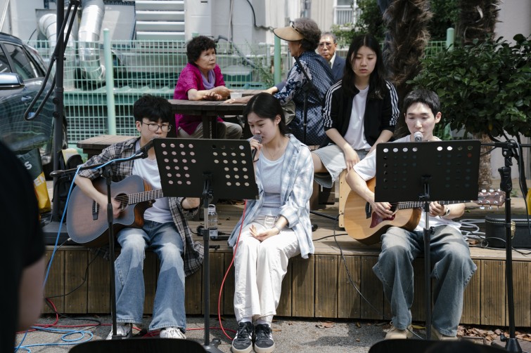 YTo1ODp7czo4OiJGaWxlTmFtZSI7czo0MDoiZTBhOTQwZGYtN2ZkMi00YzJmLWIzYzItYjY3Yjc4ZjczYzQ2LmpwZyI7czoxMjoiRmlsZURhdGVUaW1lIjtpOjE3NDkzNjkxNDY7czo4OiJGaWxlU2l6ZSI7aToxNjQyMjcyO3M6ODoiRmlsZVR5cGUiO2k6MjtzOjg6Ik1pbWVUeXBlIjtzOjEwOiJpbWFnZS9qcGVnIjtzOjEzOiJTZWN0aW9uc0ZvdW5kIjtzOjMwOiJBTllfVEFHLCBJRkQwLCBUSFVNQk5BSUwsIEVYSUYiO3M6ODoiQ09NUFVURUQiO2E6OTp7czo0OiJodG1sIjtzOjI2OiJ3aWR0aD0iMTc1MiIgaGVpZ2h0PSIxMTY4IiI7czo2OiJIZWlnaHQiO2k6MTE2ODtzOjU6IldpZHRoIjtpOjE3NTI7czo3OiJJc0NvbG9yIjtpOjE7czoxNzoiQnl0ZU9yZGVyTW90b3JvbGEiO2k6MDtzOjE1OiJBcGVydHVyZUZOdW1iZXIiO3M6NToiZi81LjYiO3M6OToiQ29weXJpZ2h0IjtzOjQ6IllBQkMiO3M6MTg6IlRodW1ibmFpbC5GaWxlVHlwZSI7aToyO3M6MTg6IlRodW1ibmFpbC5NaW1lVHlwZSI7czoxMDoiaW1hZ2UvanBlZyI7fXM6NDoiTWFrZSI7czo0OiJTT05ZIjtzOjU6Ik1vZGVsIjtzOjg6IklMQ0UtN000IjtzOjExOiJYUmVzb2x1dGlvbiI7czo1OiIyNDAvMSI7czoxMToiWVJlc29sdXRpb24iO3M6NToiMjQwLzEiO3M6MTQ6IlJlc29sdXRpb25Vbml0IjtpOjI7czo4OiJTb2Z0d2FyZSI7czo1MjoiQWRvYmUgUGhvdG9zaG9wIExpZ2h0cm9vbSBDbGFzc2ljIDE0LjMuMSAoTWFjaW50b3NoKSI7czo4OiJEYXRlVGltZSI7czoxOToiMjAyNTowNjowOCAxMzo1OTo1MiI7czo2OiJBcnRpc3QiO3M6NzoiWUFCQ19TRyI7czo5OiJDb3B5cmlnaHQiO3M6NDoiWUFCQyI7czoxNjoiRXhpZl9JRkRfUG9pbnRlciI7aToyNTQ7czo5OiJUSFVNQk5BSUwiO2E6Njp7czoxMToiQ29tcHJlc3Npb24iO2k6NjtzOjExOiJYUmVzb2x1dGlvbiI7czo0OiI3Mi8xIjtzOjExOiJZUmVzb2x1dGlvbiI7czo0OiI3Mi8xIjtzOjE0OiJSZXNvbHV0aW9uVW5pdCI7aToyO3M6MjE6IkpQRUdJbnRlcmNoYW5nZUZvcm1hdCI7aToxMDQwO3M6Mjc6IkpQRUdJbnRlcmNoYW5nZUZvcm1hdExlbmd0aCI7aToyMDY2ODt9czoxMjoiRXhwb3N1cmVUaW1lIjtzOjQ6IjEvNjAiO3M6NzoiRk51bWJlciI7czo1OiI1Ni8xMCI7czoxNToiRXhwb3N1cmVQcm9ncmFtIjtpOjE7czoxNToiSVNPU3BlZWRSYXRpbmdzIjtpOjIwMDtzOjE5OiJVbmRlZmluZWRUYWc6MHg4ODMwIjtpOjI7czoxOToiVW5kZWZpbmVkVGFnOjB4ODgzMiI7aToyMDA7czoxMToiRXhpZlZlcnNpb24iO3M6NDoiMDIzMiI7czoxNjoiRGF0ZVRpbWVPcmlnaW5hbCI7czoxOToiMjAyNTowNjowOCAxMDo0NjozOSI7czoxNzoiRGF0ZVRpbWVEaWdpdGl6ZWQiO3M6MTk6IjIwMjU6MDY6MDggMTA6NDY6MzkiO3M6MTk6IlVuZGVmaW5lZFRhZzoweDkwMTAiO3M6NjoiKzA5OjAwIjtzOjE5OiJVbmRlZmluZWRUYWc6MHg5MDExIjtzOjY6IiswOTowMCI7czoxOToiVW5kZWZpbmVkVGFnOjB4OTAxMiI7czo2OiIrMDk6MDAiO3M6MTc6IlNodXR0ZXJTcGVlZFZhbHVlIjtzOjE1OiI1OTA2ODkxLzEwMDAwMDAiO3M6MTM6IkFwZXJ0dXJlVmFsdWUiO3M6MTU6IjQ5NzA4NTQvMTAwMDAwMCI7czoxNToiQnJpZ2h0bmVzc1ZhbHVlIjtzOjEwOiIxOTc1NC8yNTYwIjtzOjE3OiJFeHBvc3VyZUJpYXNWYWx1ZSI7czo0OiIwLzEwIjtzOjE2OiJNYXhBcGVydHVyZVZhbHVlIjtzOjg6IjEwMjQvMjU2IjtzOjEyOiJNZXRlcmluZ01vZGUiO2k6NTtzOjExOiJMaWdodFNvdXJjZSI7aTowO3M6NToiRmxhc2giO2k6MTM7czoxMToiRm9jYWxMZW5ndGgiO3M6NjoiNzMwLzEwIjtzOjE4OiJTdWJTZWNUaW1lT3JpZ2luYWwiO3M6MzoiOTU4IjtzOjE5OiJTdWJTZWNUaW1lRGlnaXRpemVkIjtzOjM6Ijk1OCI7czoxMDoiQ29sb3JTcGFjZSI7aTo2NTUzNTtzOjIxOiJGb2NhbFBsYW5lWFJlc29sdXRpb24iO3M6MTQ6IjY0NDQ5MzM5LzMyNzY4IjtzOjIxOiJGb2NhbFBsYW5lWVJlc29sdXRpb24iO3M6MTQ6IjY0NDQ5MzM5LzMyNzY4IjtzOjI0OiJGb2NhbFBsYW5lUmVzb2x1dGlvblVuaXQiO2k6MztzOjEwOiJGaWxlU291cmNlIjtzOjE6IgMiO3M6OToiU2NlbmVUeXBlIjtzOjE6IgEiO3M6MTQ6IkN1c3RvbVJlbmRlcmVkIjtpOjA7czoxMjoiRXhwb3N1cmVNb2RlIjtpOjE7czoxMjoiV2hpdGVCYWxhbmNlIjtpOjE7czoxNjoiRGlnaXRhbFpvb21SYXRpbyI7czo1OiIxNi8xNiI7czoyMToiRm9jYWxMZW5ndGhJbjM1bW1GaWxtIjtpOjczO3M6MTY6IlNjZW5lQ2FwdHVyZVR5cGUiO2k6MDtzOjg6IkNvbnRyYXN0IjtpOjA7czoxMDoiU2F0dXJhdGlvbiI7aTowO3M6OToiU2hhcnBuZXNzIjtpOjA7czoxOToiVW5kZWZpbmVkVGFnOjB4QTQzMiI7YTo0OntpOjA7czo2OiIyNDAvMTAiO2k6MTtzOjc6IjEwNTAvMTAiO2k6MjtzOjU6IjQwLzEwIjtpOjM7czo1OiI0MC8xMCI7fXM6MTk6IlVuZGVmaW5lZFRhZzoweEE0MzQiO3M6MjA6IkZFIDI0LTEwNW1tIEY0IEcgT1NTIjt9