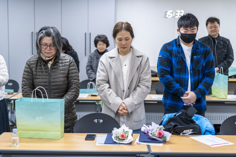 YTo1ODp7czo4OiJGaWxlTmFtZSI7czo0MDoiZTIxYTNmNjMtNDgwOS00N2U5LTlmODctYzU1YTA4YjZmMjI1LmpwZyI7czoxMjoiRmlsZURhdGVUaW1lIjtpOjE3NjUxNjY5NzI7czo4OiJGaWxlU2l6ZSI7aToyMzU0NDgzO3M6ODoiRmlsZVR5cGUiO2k6MjtzOjg6Ik1pbWVUeXBlIjtzOjEwOiJpbWFnZS9qcGVnIjtzOjEzOiJTZWN0aW9uc0ZvdW5kIjtzOjMwOiJBTllfVEFHLCBJRkQwLCBUSFVNQk5BSUwsIEVYSUYiO3M6ODoiQ09NUFVURUQiO2E6OTp7czo0OiJodG1sIjtzOjI2OiJ3aWR0aD0iMjQwMCIgaGVpZ2h0PSIxNjAwIiI7czo2OiJIZWlnaHQiO2k6MTYwMDtzOjU6IldpZHRoIjtpOjI0MDA7czo3OiJJc0NvbG9yIjtpOjE7czoxNzoiQnl0ZU9yZGVyTW90b3JvbGEiO2k6MDtzOjE1OiJBcGVydHVyZUZOdW1iZXIiO3M6NToiZi8yLjgiO3M6OToiQ29weXJpZ2h0IjtzOjQ6IllBQkMiO3M6MTg6IlRodW1ibmFpbC5GaWxlVHlwZSI7aToyO3M6MTg6IlRodW1ibmFpbC5NaW1lVHlwZSI7czoxMDoiaW1hZ2UvanBlZyI7fXM6NDoiTWFrZSI7czo0OiJTT05ZIjtzOjU6Ik1vZGVsIjtzOjg6IklMQ0UtN000IjtzOjExOiJYUmVzb2x1dGlvbiI7czo1OiIyNDAvMSI7czoxMToiWVJlc29sdXRpb24iO3M6NToiMjQwLzEiO3M6MTQ6IlJlc29sdXRpb25Vbml0IjtpOjI7czo4OiJTb2Z0d2FyZSI7czo1MjoiQWRvYmUgUGhvdG9zaG9wIExpZ2h0cm9vbSBDbGFzc2ljIDE0LjEuMSAoTWFjaW50b3NoKSI7czo4OiJEYXRlVGltZSI7czoxOToiMjAyNToxMjowOCAxMzowOToxMyI7czo2OiJBcnRpc3QiO3M6NzoiWUFCQ19TRyI7czo5OiJDb3B5cmlnaHQiO3M6NDoiWUFCQyI7czoxNjoiRXhpZl9JRkRfUG9pbnRlciI7aToyNTQ7czo5OiJUSFVNQk5BSUwiO2E6Njp7czoxMToiQ29tcHJlc3Npb24iO2k6NjtzOjExOiJYUmVzb2x1dGlvbiI7czo0OiI3Mi8xIjtzOjExOiJZUmVzb2x1dGlvbiI7czo0OiI3Mi8xIjtzOjE0OiJSZXNvbHV0aW9uVW5pdCI7aToyO3M6MjE6IkpQRUdJbnRlcmNoYW5nZUZvcm1hdCI7aToxMDQwO3M6Mjc6IkpQRUdJbnRlcmNoYW5nZUZvcm1hdExlbmd0aCI7aToxNzIwNjt9czoxMjoiRXhwb3N1cmVUaW1lIjtzOjQ6IjEvNjAiO3M6NzoiRk51bWJlciI7czo1OiIyOC8xMCI7czoxNToiRXhwb3N1cmVQcm9ncmFtIjtpOjE7czoxNToiSVNPU3BlZWRSYXRpbmdzIjtpOjEwMDtzOjE5OiJVbmRlZmluZWRUYWc6MHg4ODMwIjtpOjI7czoxOToiVW5kZWZpbmVkVGFnOjB4ODgzMiI7aToxMDA7czoxMToiRXhpZlZlcnNpb24iO3M6NDoiMDIzMiI7czoxNjoiRGF0ZVRpbWVPcmlnaW5hbCI7czoxOToiMjAyNToxMjowNyAxNTozNDowNCI7czoxNzoiRGF0ZVRpbWVEaWdpdGl6ZWQiO3M6MTk6IjIwMjU6MTI6MDcgMTU6MzQ6MDQiO3M6MTk6IlVuZGVmaW5lZFRhZzoweDkwMTAiO3M6NjoiKzA5OjAwIjtzOjE5OiJVbmRlZmluZWRUYWc6MHg5MDExIjtzOjY6IiswOTowMCI7czoxOToiVW5kZWZpbmVkVGFnOjB4OTAxMiI7czo2OiIrMDk6MDAiO3M6MTc6IlNodXR0ZXJTcGVlZFZhbHVlIjtzOjE1OiI1OTA2ODkxLzEwMDAwMDAiO3M6MTM6IkFwZXJ0dXJlVmFsdWUiO3M6MTU6IjI5NzA4NTQvMTAwMDAwMCI7czoxNToiQnJpZ2h0bmVzc1ZhbHVlIjtzOjk6IjgwNDQvMjU2MCI7czoxNzoiRXhwb3N1cmVCaWFzVmFsdWUiO3M6NDoiMC8xMCI7czoxNjoiTWF4QXBlcnR1cmVWYWx1ZSI7czo3OiI3NjAvMjU2IjtzOjEyOiJNZXRlcmluZ01vZGUiO2k6NTtzOjExOiJMaWdodFNvdXJjZSI7aTowO3M6NToiRmxhc2giO2k6MTM7czoxMToiRm9jYWxMZW5ndGgiO3M6NjoiNTMwLzEwIjtzOjE4OiJTdWJTZWNUaW1lT3JpZ2luYWwiO3M6MzoiMzYwIjtzOjE5OiJTdWJTZWNUaW1lRGlnaXRpemVkIjtzOjM6IjM2MCI7czoxMDoiQ29sb3JTcGFjZSI7aTo2NTUzNTtzOjIxOiJGb2NhbFBsYW5lWFJlc29sdXRpb24iO3M6MTQ6IjY0NDQ5MzM5LzMyNzY4IjtzOjIxOiJGb2NhbFBsYW5lWVJlc29sdXRpb24iO3M6MTQ6IjY0NDQ5MzM5LzMyNzY4IjtzOjI0OiJGb2NhbFBsYW5lUmVzb2x1dGlvblVuaXQiO2k6MztzOjEwOiJGaWxlU291cmNlIjtzOjE6IgMiO3M6OToiU2NlbmVUeXBlIjtzOjE6IgEiO3M6MTQ6IkN1c3RvbVJlbmRlcmVkIjtpOjA7czoxMjoiRXhwb3N1cmVNb2RlIjtpOjE7czoxMjoiV2hpdGVCYWxhbmNlIjtpOjE7czoxNjoiRGlnaXRhbFpvb21SYXRpbyI7czo1OiIxNi8xNiI7czoyMToiRm9jYWxMZW5ndGhJbjM1bW1GaWxtIjtpOjUzO3M6MTY6IlNjZW5lQ2FwdHVyZVR5cGUiO2k6MDtzOjg6IkNvbnRyYXN0IjtpOjA7czoxMDoiU2F0dXJhdGlvbiI7aTowO3M6OToiU2hhcnBuZXNzIjtpOjA7czoxOToiVW5kZWZpbmVkVGFnOjB4QTQzMiI7YTo0OntpOjA7czo2OiIyNDAvMTAiO2k6MTtzOjY6IjcwMC8xMCI7aToyO3M6NToiMjgvMTAiO2k6MztzOjU6IjI4LzEwIjt9czoxOToiVW5kZWZpbmVkVGFnOjB4QTQzNCI7czoyMToiRkUgMjQtNzBtbSBGMi44IEdNIElJIjt9