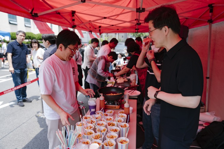 YTo1ODp7czo4OiJGaWxlTmFtZSI7czo0MDoiZTIzY2U0NmUtNjQ3MS00YTQ2LTk3MDQtNjIxMjA3YWY0NDQ2LmpwZyI7czoxMjoiRmlsZURhdGVUaW1lIjtpOjE3NDkzNjkxNDc7czo4OiJGaWxlU2l6ZSI7aToxMzQ0NDA2O3M6ODoiRmlsZVR5cGUiO2k6MjtzOjg6Ik1pbWVUeXBlIjtzOjEwOiJpbWFnZS9qcGVnIjtzOjEzOiJTZWN0aW9uc0ZvdW5kIjtzOjMwOiJBTllfVEFHLCBJRkQwLCBUSFVNQk5BSUwsIEVYSUYiO3M6ODoiQ09NUFVURUQiO2E6OTp7czo0OiJodG1sIjtzOjI2OiJ3aWR0aD0iMTc1MiIgaGVpZ2h0PSIxMTY4IiI7czo2OiJIZWlnaHQiO2k6MTE2ODtzOjU6IldpZHRoIjtpOjE3NTI7czo3OiJJc0NvbG9yIjtpOjE7czoxNzoiQnl0ZU9yZGVyTW90b3JvbGEiO2k6MDtzOjE1OiJBcGVydHVyZUZOdW1iZXIiO3M6NToiZi80LjAiO3M6OToiQ29weXJpZ2h0IjtzOjQ6IllBQkMiO3M6MTg6IlRodW1ibmFpbC5GaWxlVHlwZSI7aToyO3M6MTg6IlRodW1ibmFpbC5NaW1lVHlwZSI7czoxMDoiaW1hZ2UvanBlZyI7fXM6NDoiTWFrZSI7czo0OiJTT05ZIjtzOjU6Ik1vZGVsIjtzOjg6IklMQ0UtN000IjtzOjExOiJYUmVzb2x1dGlvbiI7czo1OiIyNDAvMSI7czoxMToiWVJlc29sdXRpb24iO3M6NToiMjQwLzEiO3M6MTQ6IlJlc29sdXRpb25Vbml0IjtpOjI7czo4OiJTb2Z0d2FyZSI7czo1MjoiQWRvYmUgUGhvdG9zaG9wIExpZ2h0cm9vbSBDbGFzc2ljIDE0LjMuMSAoTWFjaW50b3NoKSI7czo4OiJEYXRlVGltZSI7czoxOToiMjAyNTowNjowOCAxMzo1OTo1NCI7czo2OiJBcnRpc3QiO3M6NzoiWUFCQ19TRyI7czo5OiJDb3B5cmlnaHQiO3M6NDoiWUFCQyI7czoxNjoiRXhpZl9JRkRfUG9pbnRlciI7aToyNTQ7czo5OiJUSFVNQk5BSUwiO2E6Njp7czoxMToiQ29tcHJlc3Npb24iO2k6NjtzOjExOiJYUmVzb2x1dGlvbiI7czo0OiI3Mi8xIjtzOjExOiJZUmVzb2x1dGlvbiI7czo0OiI3Mi8xIjtzOjE0OiJSZXNvbHV0aW9uVW5pdCI7aToyO3M6MjE6IkpQRUdJbnRlcmNoYW5nZUZvcm1hdCI7aToxMDQwO3M6Mjc6IkpQRUdJbnRlcmNoYW5nZUZvcm1hdExlbmd0aCI7aToyMDI1ODt9czoxMjoiRXhwb3N1cmVUaW1lIjtzOjU6IjEvMjAwIjtzOjc6IkZOdW1iZXIiO3M6MzoiNC8xIjtzOjE1OiJFeHBvc3VyZVByb2dyYW0iO2k6MTtzOjE1OiJJU09TcGVlZFJhdGluZ3MiO2k6MjAwO3M6MTk6IlVuZGVmaW5lZFRhZzoweDg4MzAiO2k6MjtzOjE5OiJVbmRlZmluZWRUYWc6MHg4ODMyIjtpOjIwMDtzOjExOiJFeGlmVmVyc2lvbiI7czo0OiIwMjMyIjtzOjE2OiJEYXRlVGltZU9yaWdpbmFsIjtzOjE5OiIyMDI1OjA2OjA4IDEyOjM5OjIxIjtzOjE3OiJEYXRlVGltZURpZ2l0aXplZCI7czoxOToiMjAyNTowNjowOCAxMjozOToyMSI7czoxOToiVW5kZWZpbmVkVGFnOjB4OTAxMCI7czo2OiIrMDk6MDAiO3M6MTk6IlVuZGVmaW5lZFRhZzoweDkwMTEiO3M6NjoiKzA5OjAwIjtzOjE5OiJVbmRlZmluZWRUYWc6MHg5MDEyIjtzOjY6IiswOTowMCI7czoxNzoiU2h1dHRlclNwZWVkVmFsdWUiO3M6MTU6Ijc2NDM4NTYvMTAwMDAwMCI7czoxMzoiQXBlcnR1cmVWYWx1ZSI7czozOiI0LzEiO3M6MTU6IkJyaWdodG5lc3NWYWx1ZSI7czoxMDoiMjAwMzQvMjU2MCI7czoxNzoiRXhwb3N1cmVCaWFzVmFsdWUiO3M6NDoiMC8xMCI7czoxNjoiTWF4QXBlcnR1cmVWYWx1ZSI7czo3OiI3NjAvMjU2IjtzOjEyOiJNZXRlcmluZ01vZGUiO2k6NTtzOjExOiJMaWdodFNvdXJjZSI7aTowO3M6NToiRmxhc2giO2k6MTM7czoxMToiRm9jYWxMZW5ndGgiO3M6NjoiMjUwLzEwIjtzOjE4OiJTdWJTZWNUaW1lT3JpZ2luYWwiO3M6MzoiMDg4IjtzOjE5OiJTdWJTZWNUaW1lRGlnaXRpemVkIjtzOjM6IjA4OCI7czoxMDoiQ29sb3JTcGFjZSI7aTo2NTUzNTtzOjIxOiJGb2NhbFBsYW5lWFJlc29sdXRpb24iO3M6MTQ6IjY0NDQ5MzM5LzMyNzY4IjtzOjIxOiJGb2NhbFBsYW5lWVJlc29sdXRpb24iO3M6MTQ6IjY0NDQ5MzM5LzMyNzY4IjtzOjI0OiJGb2NhbFBsYW5lUmVzb2x1dGlvblVuaXQiO2k6MztzOjEwOiJGaWxlU291cmNlIjtzOjE6IgMiO3M6OToiU2NlbmVUeXBlIjtzOjE6IgEiO3M6MTQ6IkN1c3RvbVJlbmRlcmVkIjtpOjA7czoxMjoiRXhwb3N1cmVNb2RlIjtpOjE7czoxMjoiV2hpdGVCYWxhbmNlIjtpOjE7czoxNjoiRGlnaXRhbFpvb21SYXRpbyI7czo1OiIxNi8xNiI7czoyMToiRm9jYWxMZW5ndGhJbjM1bW1GaWxtIjtpOjI1O3M6MTY6IlNjZW5lQ2FwdHVyZVR5cGUiO2k6MDtzOjg6IkNvbnRyYXN0IjtpOjA7czoxMDoiU2F0dXJhdGlvbiI7aTowO3M6OToiU2hhcnBuZXNzIjtpOjA7czoxOToiVW5kZWZpbmVkVGFnOjB4QTQzMiI7YTo0OntpOjA7czo2OiIyNDAvMTAiO2k6MTtzOjY6IjcwMC8xMCI7aToyO3M6NToiMjgvMTAiO2k6MztzOjU6IjI4LzEwIjt9czoxOToiVW5kZWZpbmVkVGFnOjB4QTQzNCI7czoyMToiRkUgMjQtNzBtbSBGMi44IEdNIElJIjt9