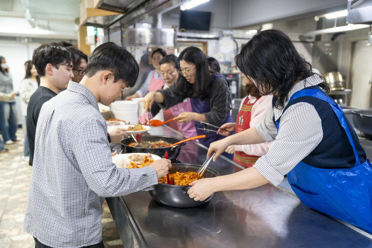 YTo1ODp7czo4OiJGaWxlTmFtZSI7czo0MDoiZTNhNWE0YWItMGJkZS00MDlkLWIxYjUtMzhlZGI4MjdjNzdhLmpwZyI7czoxMjoiRmlsZURhdGVUaW1lIjtpOjE3NzUzNTc0MjY7czo4OiJGaWxlU2l6ZSI7aTozMjAwNDQ2O3M6ODoiRmlsZVR5cGUiO2k6MjtzOjg6Ik1pbWVUeXBlIjtzOjEwOiJpbWFnZS9qcGVnIjtzOjEzOiJTZWN0aW9uc0ZvdW5kIjtzOjMwOiJBTllfVEFHLCBJRkQwLCBUSFVNQk5BSUwsIEVYSUYiO3M6ODoiQ09NUFVURUQiO2E6OTp7czo0OiJodG1sIjtzOjI2OiJ3aWR0aD0iMjQ1MyIgaGVpZ2h0PSIxNjM1IiI7czo2OiJIZWlnaHQiO2k6MTYzNTtzOjU6IldpZHRoIjtpOjI0NTM7czo3OiJJc0NvbG9yIjtpOjE7czoxNzoiQnl0ZU9yZGVyTW90b3JvbGEiO2k6MDtzOjE1OiJBcGVydHVyZUZOdW1iZXIiO3M6NToiZi8yLjgiO3M6OToiQ29weXJpZ2h0IjtzOjQ6IllBQkMiO3M6MTg6IlRodW1ibmFpbC5GaWxlVHlwZSI7aToyO3M6MTg6IlRodW1ibmFpbC5NaW1lVHlwZSI7czoxMDoiaW1hZ2UvanBlZyI7fXM6NDoiTWFrZSI7czo0OiJTT05ZIjtzOjU6Ik1vZGVsIjtzOjg6IklMQ0UtN000IjtzOjExOiJYUmVzb2x1dGlvbiI7czo1OiIyNDAvMSI7czoxMToiWVJlc29sdXRpb24iO3M6NToiMjQwLzEiO3M6MTQ6IlJlc29sdXRpb25Vbml0IjtpOjI7czo4OiJTb2Z0d2FyZSI7czo1MDoiQWRvYmUgUGhvdG9zaG9wIExpZ2h0cm9vbSBDbGFzc2ljIDE1LjIgKE1hY2ludG9zaCkiO3M6ODoiRGF0ZVRpbWUiO3M6MTk6IjIwMjY6MDM6MzEgMTA6NTQ6NTgiO3M6NjoiQXJ0aXN0IjtzOjc6IllBQkNfU0ciO3M6OToiQ29weXJpZ2h0IjtzOjQ6IllBQkMiO3M6MTY6IkV4aWZfSUZEX1BvaW50ZXIiO2k6MjUyO3M6OToiVEhVTUJOQUlMIjthOjY6e3M6MTE6IkNvbXByZXNzaW9uIjtpOjY7czoxMToiWFJlc29sdXRpb24iO3M6NDoiNzIvMSI7czoxMToiWVJlc29sdXRpb24iO3M6NDoiNzIvMSI7czoxNDoiUmVzb2x1dGlvblVuaXQiO2k6MjtzOjIxOiJKUEVHSW50ZXJjaGFuZ2VGb3JtYXQiO2k6MTAzODtzOjI3OiJKUEVHSW50ZXJjaGFuZ2VGb3JtYXRMZW5ndGgiO2k6MTgzMjQ7fXM6MTI6IkV4cG9zdXJlVGltZSI7czo1OiIxLzI1MCI7czo3OiJGTnVtYmVyIjtzOjU6IjI4LzEwIjtzOjE1OiJFeHBvc3VyZVByb2dyYW0iO2k6MTtzOjE1OiJJU09TcGVlZFJhdGluZ3MiO2k6NjQwO3M6MTk6IlVuZGVmaW5lZFRhZzoweDg4MzAiO2k6MjtzOjE5OiJVbmRlZmluZWRUYWc6MHg4ODMyIjtpOjY0MDtzOjExOiJFeGlmVmVyc2lvbiI7czo0OiIwMjMyIjtzOjE2OiJEYXRlVGltZU9yaWdpbmFsIjtzOjE5OiIyMDI2OjAzOjI5IDE2OjU3OjIzIjtzOjE3OiJEYXRlVGltZURpZ2l0aXplZCI7czoxOToiMjAyNjowMzoyOSAxNjo1NzoyMyI7czoxOToiVW5kZWZpbmVkVGFnOjB4OTAxMCI7czo2OiIrMDk6MDAiO3M6MTk6IlVuZGVmaW5lZFRhZzoweDkwMTEiO3M6NjoiKzA5OjAwIjtzOjE5OiJVbmRlZmluZWRUYWc6MHg5MDEyIjtzOjY6IiswOTowMCI7czoxNzoiU2h1dHRlclNwZWVkVmFsdWUiO3M6MTU6Ijc5NjU3ODQvMTAwMDAwMCI7czoxMzoiQXBlcnR1cmVWYWx1ZSI7czoxNToiMjk3MDg1NC8xMDAwMDAwIjtzOjE1OiJCcmlnaHRuZXNzVmFsdWUiO3M6OToiNDEwNC8yNTYwIjtzOjE3OiJFeHBvc3VyZUJpYXNWYWx1ZSI7czo0OiIwLzEwIjtzOjE2OiJNYXhBcGVydHVyZVZhbHVlIjtzOjc6Ijc2MC8yNTYiO3M6MTI6Ik1ldGVyaW5nTW9kZSI7aTo1O3M6MTE6IkxpZ2h0U291cmNlIjtpOjA7czo1OiJGbGFzaCI7aToxNjtzOjExOiJGb2NhbExlbmd0aCI7czo2OiIzNDAvMTAiO3M6MTg6IlN1YlNlY1RpbWVPcmlnaW5hbCI7czozOiI0NTciO3M6MTk6IlN1YlNlY1RpbWVEaWdpdGl6ZWQiO3M6MzoiNDU3IjtzOjEwOiJDb2xvclNwYWNlIjtpOjY1NTM1O3M6MjE6IkZvY2FsUGxhbmVYUmVzb2x1dGlvbiI7czoxNDoiNjQ0NDkzMzkvMzI3NjgiO3M6MjE6IkZvY2FsUGxhbmVZUmVzb2x1dGlvbiI7czoxNDoiNjQ0NDkzMzkvMzI3NjgiO3M6MjQ6IkZvY2FsUGxhbmVSZXNvbHV0aW9uVW5pdCI7aTozO3M6MTA6IkZpbGVTb3VyY2UiO3M6MToiAyI7czo5OiJTY2VuZVR5cGUiO3M6MToiASI7czoxNDoiQ3VzdG9tUmVuZGVyZWQiO2k6MDtzOjEyOiJFeHBvc3VyZU1vZGUiO2k6MTtzOjEyOiJXaGl0ZUJhbGFuY2UiO2k6MDtzOjE2OiJEaWdpdGFsWm9vbVJhdGlvIjtzOjU6IjE2LzE2IjtzOjIxOiJGb2NhbExlbmd0aEluMzVtbUZpbG0iO2k6MzQ7czoxNjoiU2NlbmVDYXB0dXJlVHlwZSI7aTowO3M6ODoiQ29udHJhc3QiO2k6MDtzOjEwOiJTYXR1cmF0aW9uIjtpOjA7czo5OiJTaGFycG5lc3MiO2k6MDtzOjE5OiJVbmRlZmluZWRUYWc6MHhBNDMyIjthOjQ6e2k6MDtzOjY6IjI0MC8xMCI7aToxO3M6NjoiNzAwLzEwIjtpOjI7czo1OiIyOC8xMCI7aTozO3M6NToiMjgvMTAiO31zOjE5OiJVbmRlZmluZWRUYWc6MHhBNDM0IjtzOjIxOiJGRSAyNC03MG1tIEYyLjggR00gSUkiO30=