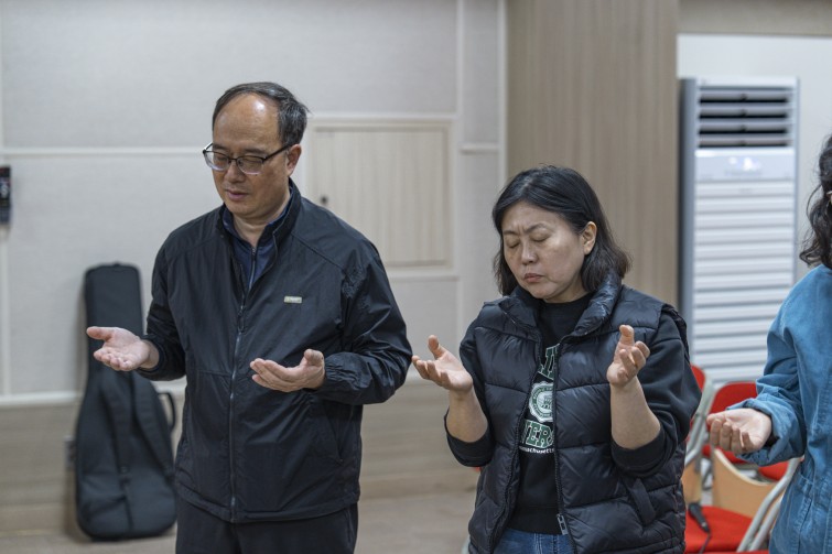 YTo1ODp7czo4OiJGaWxlTmFtZSI7czo0MDoiZTQ4MmZjN2EtYzRmMS00ZjZmLWEwYTAtYjcwYTdkNmI2NzkwLmpwZyI7czoxMjoiRmlsZURhdGVUaW1lIjtpOjE3NDM0NzUzMTE7czo4OiJGaWxlU2l6ZSI7aToxOTMyNDY5O3M6ODoiRmlsZVR5cGUiO2k6MjtzOjg6Ik1pbWVUeXBlIjtzOjEwOiJpbWFnZS9qcGVnIjtzOjEzOiJTZWN0aW9uc0ZvdW5kIjtzOjMwOiJBTllfVEFHLCBJRkQwLCBUSFVNQk5BSUwsIEVYSUYiO3M6ODoiQ09NUFVURUQiO2E6OTp7czo0OiJodG1sIjtzOjI2OiJ3aWR0aD0iMTc1MiIgaGVpZ2h0PSIxMTY4IiI7czo2OiJIZWlnaHQiO2k6MTE2ODtzOjU6IldpZHRoIjtpOjE3NTI7czo3OiJJc0NvbG9yIjtpOjE7czoxNzoiQnl0ZU9yZGVyTW90b3JvbGEiO2k6MDtzOjE1OiJBcGVydHVyZUZOdW1iZXIiO3M6NToiZi8yLjgiO3M6OToiQ29weXJpZ2h0IjtzOjQ6IllBQkMiO3M6MTg6IlRodW1ibmFpbC5GaWxlVHlwZSI7aToyO3M6MTg6IlRodW1ibmFpbC5NaW1lVHlwZSI7czoxMDoiaW1hZ2UvanBlZyI7fXM6NDoiTWFrZSI7czo0OiJTT05ZIjtzOjU6Ik1vZGVsIjtzOjg6IklMQ0UtN000IjtzOjExOiJYUmVzb2x1dGlvbiI7czo1OiIyNDAvMSI7czoxMToiWVJlc29sdXRpb24iO3M6NToiMjQwLzEiO3M6MTQ6IlJlc29sdXRpb25Vbml0IjtpOjI7czo4OiJTb2Z0d2FyZSI7czo1MDoiQWRvYmUgUGhvdG9zaG9wIExpZ2h0cm9vbSBDbGFzc2ljIDE0LjIgKE1hY2ludG9zaCkiO3M6ODoiRGF0ZVRpbWUiO3M6MTk6IjIwMjU6MDQ6MDEgMTE6MzY6MzkiO3M6NjoiQXJ0aXN0IjtzOjc6IllBQkNfU0ciO3M6OToiQ29weXJpZ2h0IjtzOjQ6IllBQkMiO3M6MTY6IkV4aWZfSUZEX1BvaW50ZXIiO2k6MjUyO3M6OToiVEhVTUJOQUlMIjthOjY6e3M6MTE6IkNvbXByZXNzaW9uIjtpOjY7czoxMToiWFJlc29sdXRpb24iO3M6NDoiNzIvMSI7czoxMToiWVJlc29sdXRpb24iO3M6NDoiNzIvMSI7czoxNDoiUmVzb2x1dGlvblVuaXQiO2k6MjtzOjIxOiJKUEVHSW50ZXJjaGFuZ2VGb3JtYXQiO2k6MTAzODtzOjI3OiJKUEVHSW50ZXJjaGFuZ2VGb3JtYXRMZW5ndGgiO2k6MTI1MjY7fXM6MTI6IkV4cG9zdXJlVGltZSI7czo1OiIxLzEwMCI7czo3OiJGTnVtYmVyIjtzOjU6IjI4LzEwIjtzOjE1OiJFeHBvc3VyZVByb2dyYW0iO2k6MTtzOjE1OiJJU09TcGVlZFJhdGluZ3MiO2k6NDAwO3M6MTk6IlVuZGVmaW5lZFRhZzoweDg4MzAiO2k6MjtzOjE5OiJVbmRlZmluZWRUYWc6MHg4ODMyIjtpOjQwMDtzOjExOiJFeGlmVmVyc2lvbiI7czo0OiIwMjMyIjtzOjE2OiJEYXRlVGltZU9yaWdpbmFsIjtzOjE5OiIyMDI1OjAzOjIyIDEzOjM5OjQzIjtzOjE3OiJEYXRlVGltZURpZ2l0aXplZCI7czoxOToiMjAyNTowMzoyMiAxMzozOTo0MyI7czoxOToiVW5kZWZpbmVkVGFnOjB4OTAxMCI7czo2OiIrMDk6MDAiO3M6MTk6IlVuZGVmaW5lZFRhZzoweDkwMTEiO3M6NjoiKzA5OjAwIjtzOjE5OiJVbmRlZmluZWRUYWc6MHg5MDEyIjtzOjY6IiswOTowMCI7czoxNzoiU2h1dHRlclNwZWVkVmFsdWUiO3M6MTU6IjY2NDM4NTYvMTAwMDAwMCI7czoxMzoiQXBlcnR1cmVWYWx1ZSI7czoxNToiMjk3MDg1NC8xMDAwMDAwIjtzOjE1OiJCcmlnaHRuZXNzVmFsdWUiO3M6OToiNTAxNC8yNTYwIjtzOjE3OiJFeHBvc3VyZUJpYXNWYWx1ZSI7czo0OiIwLzEwIjtzOjE2OiJNYXhBcGVydHVyZVZhbHVlIjtzOjc6Ijc2MC8yNTYiO3M6MTI6Ik1ldGVyaW5nTW9kZSI7aTo1O3M6MTE6IkxpZ2h0U291cmNlIjtpOjA7czo1OiJGbGFzaCI7aToxMztzOjExOiJGb2NhbExlbmd0aCI7czo2OiI3MDAvMTAiO3M6MTg6IlN1YlNlY1RpbWVPcmlnaW5hbCI7czozOiI3OTYiO3M6MTk6IlN1YlNlY1RpbWVEaWdpdGl6ZWQiO3M6MzoiNzk2IjtzOjEwOiJDb2xvclNwYWNlIjtpOjY1NTM1O3M6MjE6IkZvY2FsUGxhbmVYUmVzb2x1dGlvbiI7czoxNDoiNjQ0NDkzMzkvMzI3NjgiO3M6MjE6IkZvY2FsUGxhbmVZUmVzb2x1dGlvbiI7czoxNDoiNjQ0NDkzMzkvMzI3NjgiO3M6MjQ6IkZvY2FsUGxhbmVSZXNvbHV0aW9uVW5pdCI7aTozO3M6MTA6IkZpbGVTb3VyY2UiO3M6MToiAyI7czo5OiJTY2VuZVR5cGUiO3M6MToiASI7czoxNDoiQ3VzdG9tUmVuZGVyZWQiO2k6MDtzOjEyOiJFeHBvc3VyZU1vZGUiO2k6MTtzOjEyOiJXaGl0ZUJhbGFuY2UiO2k6MDtzOjE2OiJEaWdpdGFsWm9vbVJhdGlvIjtzOjU6IjE2LzE2IjtzOjIxOiJGb2NhbExlbmd0aEluMzVtbUZpbG0iO2k6NzA7czoxNjoiU2NlbmVDYXB0dXJlVHlwZSI7aTowO3M6ODoiQ29udHJhc3QiO2k6MDtzOjEwOiJTYXR1cmF0aW9uIjtpOjA7czo5OiJTaGFycG5lc3MiO2k6MDtzOjE5OiJVbmRlZmluZWRUYWc6MHhBNDMyIjthOjQ6e2k6MDtzOjY6IjI0MC8xMCI7aToxO3M6NjoiNzAwLzEwIjtpOjI7czo1OiIyOC8xMCI7aTozO3M6NToiMjgvMTAiO31zOjE5OiJVbmRlZmluZWRUYWc6MHhBNDM0IjtzOjIxOiJGRSAyNC03MG1tIEYyLjggR00gSUkiO30=