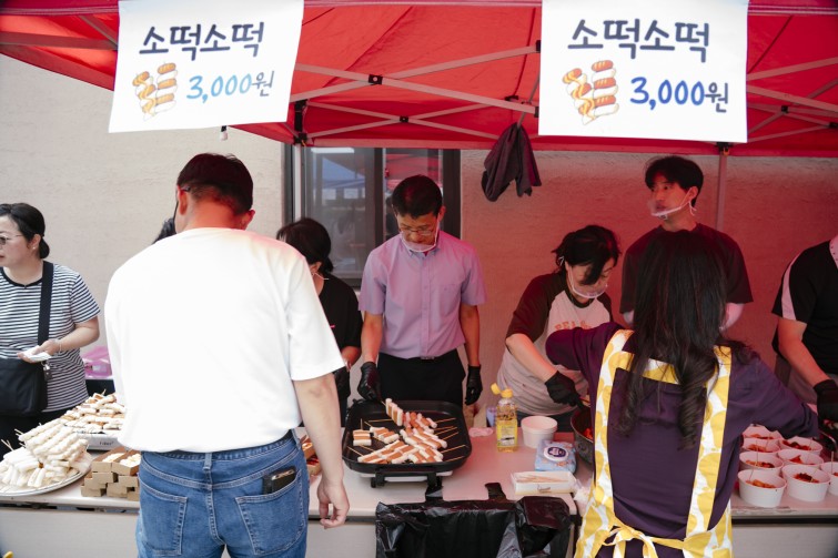 YTo1ODp7czo4OiJGaWxlTmFtZSI7czo0MDoiZTkyOGUxMDYtMjk2Yy00ZWNmLWJmYmMtNTRlMjE1MjgwYzg5LmpwZyI7czoxMjoiRmlsZURhdGVUaW1lIjtpOjE3NDkzNjkxNDc7czo4OiJGaWxlU2l6ZSI7aToxMzY2ODQwO3M6ODoiRmlsZVR5cGUiO2k6MjtzOjg6Ik1pbWVUeXBlIjtzOjEwOiJpbWFnZS9qcGVnIjtzOjEzOiJTZWN0aW9uc0ZvdW5kIjtzOjMwOiJBTllfVEFHLCBJRkQwLCBUSFVNQk5BSUwsIEVYSUYiO3M6ODoiQ09NUFVURUQiO2E6OTp7czo0OiJodG1sIjtzOjI2OiJ3aWR0aD0iMTc1MiIgaGVpZ2h0PSIxMTY4IiI7czo2OiJIZWlnaHQiO2k6MTE2ODtzOjU6IldpZHRoIjtpOjE3NTI7czo3OiJJc0NvbG9yIjtpOjE7czoxNzoiQnl0ZU9yZGVyTW90b3JvbGEiO2k6MDtzOjE1OiJBcGVydHVyZUZOdW1iZXIiO3M6NToiZi80LjAiO3M6OToiQ29weXJpZ2h0IjtzOjQ6IllBQkMiO3M6MTg6IlRodW1ibmFpbC5GaWxlVHlwZSI7aToyO3M6MTg6IlRodW1ibmFpbC5NaW1lVHlwZSI7czoxMDoiaW1hZ2UvanBlZyI7fXM6NDoiTWFrZSI7czo0OiJTT05ZIjtzOjU6Ik1vZGVsIjtzOjg6IklMQ0UtN000IjtzOjExOiJYUmVzb2x1dGlvbiI7czo1OiIyNDAvMSI7czoxMToiWVJlc29sdXRpb24iO3M6NToiMjQwLzEiO3M6MTQ6IlJlc29sdXRpb25Vbml0IjtpOjI7czo4OiJTb2Z0d2FyZSI7czo1MjoiQWRvYmUgUGhvdG9zaG9wIExpZ2h0cm9vbSBDbGFzc2ljIDE0LjMuMSAoTWFjaW50b3NoKSI7czo4OiJEYXRlVGltZSI7czoxOToiMjAyNTowNjowOCAxMzo1OTo1MiI7czo2OiJBcnRpc3QiO3M6NzoiWUFCQ19TRyI7czo5OiJDb3B5cmlnaHQiO3M6NDoiWUFCQyI7czoxNjoiRXhpZl9JRkRfUG9pbnRlciI7aToyNTQ7czo5OiJUSFVNQk5BSUwiO2E6Njp7czoxMToiQ29tcHJlc3Npb24iO2k6NjtzOjExOiJYUmVzb2x1dGlvbiI7czo0OiI3Mi8xIjtzOjExOiJZUmVzb2x1dGlvbiI7czo0OiI3Mi8xIjtzOjE0OiJSZXNvbHV0aW9uVW5pdCI7aToyO3M6MjE6IkpQRUdJbnRlcmNoYW5nZUZvcm1hdCI7aToxMDQwO3M6Mjc6IkpQRUdJbnRlcmNoYW5nZUZvcm1hdExlbmd0aCI7aToxOTQ4MTt9czoxMjoiRXhwb3N1cmVUaW1lIjtzOjQ6IjEvNjAiO3M6NzoiRk51bWJlciI7czozOiI0LzEiO3M6MTU6IkV4cG9zdXJlUHJvZ3JhbSI7aToxO3M6MTU6IklTT1NwZWVkUmF0aW5ncyI7aToyMDA7czoxOToiVW5kZWZpbmVkVGFnOjB4ODgzMCI7aToyO3M6MTk6IlVuZGVmaW5lZFRhZzoweDg4MzIiO2k6MjAwO3M6MTE6IkV4aWZWZXJzaW9uIjtzOjQ6IjAyMzIiO3M6MTY6IkRhdGVUaW1lT3JpZ2luYWwiO3M6MTk6IjIwMjU6MDY6MDggMTA6NDk6MjUiO3M6MTc6IkRhdGVUaW1lRGlnaXRpemVkIjtzOjE5OiIyMDI1OjA2OjA4IDEwOjQ5OjI1IjtzOjE5OiJVbmRlZmluZWRUYWc6MHg5MDEwIjtzOjY6IiswOTowMCI7czoxOToiVW5kZWZpbmVkVGFnOjB4OTAxMSI7czo2OiIrMDk6MDAiO3M6MTk6IlVuZGVmaW5lZFRhZzoweDkwMTIiO3M6NjoiKzA5OjAwIjtzOjE3OiJTaHV0dGVyU3BlZWRWYWx1ZSI7czoxNToiNTkwNjg5MS8xMDAwMDAwIjtzOjEzOiJBcGVydHVyZVZhbHVlIjtzOjM6IjQvMSI7czoxNToiQnJpZ2h0bmVzc1ZhbHVlIjtzOjEwOiIyMTE0NC8yNTYwIjtzOjE3OiJFeHBvc3VyZUJpYXNWYWx1ZSI7czo0OiIwLzEwIjtzOjE2OiJNYXhBcGVydHVyZVZhbHVlIjtzOjg6IjEwMjQvMjU2IjtzOjEyOiJNZXRlcmluZ01vZGUiO2k6NTtzOjExOiJMaWdodFNvdXJjZSI7aTowO3M6NToiRmxhc2giO2k6MTM7czoxMToiRm9jYWxMZW5ndGgiO3M6NjoiMjQwLzEwIjtzOjE4OiJTdWJTZWNUaW1lT3JpZ2luYWwiO3M6MzoiODYyIjtzOjE5OiJTdWJTZWNUaW1lRGlnaXRpemVkIjtzOjM6Ijg2MiI7czoxMDoiQ29sb3JTcGFjZSI7aTo2NTUzNTtzOjIxOiJGb2NhbFBsYW5lWFJlc29sdXRpb24iO3M6MTQ6IjY0NDQ5MzM5LzMyNzY4IjtzOjIxOiJGb2NhbFBsYW5lWVJlc29sdXRpb24iO3M6MTQ6IjY0NDQ5MzM5LzMyNzY4IjtzOjI0OiJGb2NhbFBsYW5lUmVzb2x1dGlvblVuaXQiO2k6MztzOjEwOiJGaWxlU291cmNlIjtzOjE6IgMiO3M6OToiU2NlbmVUeXBlIjtzOjE6IgEiO3M6MTQ6IkN1c3RvbVJlbmRlcmVkIjtpOjA7czoxMjoiRXhwb3N1cmVNb2RlIjtpOjE7czoxMjoiV2hpdGVCYWxhbmNlIjtpOjE7czoxNjoiRGlnaXRhbFpvb21SYXRpbyI7czo1OiIxNi8xNiI7czoyMToiRm9jYWxMZW5ndGhJbjM1bW1GaWxtIjtpOjI0O3M6MTY6IlNjZW5lQ2FwdHVyZVR5cGUiO2k6MDtzOjg6IkNvbnRyYXN0IjtpOjA7czoxMDoiU2F0dXJhdGlvbiI7aTowO3M6OToiU2hhcnBuZXNzIjtpOjA7czoxOToiVW5kZWZpbmVkVGFnOjB4QTQzMiI7YTo0OntpOjA7czo2OiIyNDAvMTAiO2k6MTtzOjc6IjEwNTAvMTAiO2k6MjtzOjU6IjQwLzEwIjtpOjM7czo1OiI0MC8xMCI7fXM6MTk6IlVuZGVmaW5lZFRhZzoweEE0MzQiO3M6MjA6IkZFIDI0LTEwNW1tIEY0IEcgT1NTIjt9