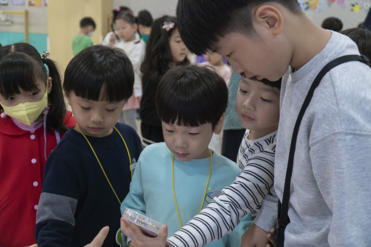 YTo1Mzp7czo4OiJGaWxlTmFtZSI7czo0MDoiZTk4MzVjMDMtZGVhMC00NjJhLWI4MmQtODYyNGJiMjY2MTA2LmpwZyI7czoxMjoiRmlsZURhdGVUaW1lIjtpOjE3MDE0OTU4NTU7czo4OiJGaWxlU2l6ZSI7aToxNTY0ODEzO3M6ODoiRmlsZVR5cGUiO2k6MjtzOjg6Ik1pbWVUeXBlIjtzOjEwOiJpbWFnZS9qcGVnIjtzOjEzOiJTZWN0aW9uc0ZvdW5kIjtzOjMwOiJBTllfVEFHLCBJRkQwLCBUSFVNQk5BSUwsIEVYSUYiO3M6ODoiQ09NUFVURUQiO2E6OTp7czo0OiJodG1sIjtzOjI2OiJ3aWR0aD0iMjEwMCIgaGVpZ2h0PSIxNDAwIiI7czo2OiJIZWlnaHQiO2k6MTQwMDtzOjU6IldpZHRoIjtpOjIxMDA7czo3OiJJc0NvbG9yIjtpOjE7czoxNzoiQnl0ZU9yZGVyTW90b3JvbGEiO2k6MDtzOjg6IkNDRFdpZHRoIjtzOjM6IjhtbSI7czoxNToiQXBlcnR1cmVGTnVtYmVyIjtzOjU6ImYvNC4wIjtzOjE4OiJUaHVtYm5haWwuRmlsZVR5cGUiO2k6MjtzOjE4OiJUaHVtYm5haWwuTWltZVR5cGUiO3M6MTA6ImltYWdlL2pwZWciO31zOjQ6Ik1ha2UiO3M6NDoiU09OWSI7czo1OiJNb2RlbCI7czo5OiJJTENFLTY1MDAiO3M6MTE6IlhSZXNvbHV0aW9uIjtzOjU6IjI0MC8xIjtzOjExOiJZUmVzb2x1dGlvbiI7czo1OiIyNDAvMSI7czoxNDoiUmVzb2x1dGlvblVuaXQiO2k6MjtzOjg6IlNvZnR3YXJlIjtzOjUyOiJBZG9iZSBQaG90b3Nob3AgTGlnaHRyb29tIENsYXNzaWMgMTMuMC4xIChNYWNpbnRvc2gpIjtzOjg6IkRhdGVUaW1lIjtzOjE5OiIyMDIzOjExOjE2IDE1OjE4OjQzIjtzOjE2OiJZQ2JDclBvc2l0aW9uaW5nIjtpOjI7czoxOToiUmVmZXJlbmNlQmxhY2tXaGl0ZSI7YTo2OntpOjA7czozOiIwLzEiO2k6MTtzOjU6IjI1NS8xIjtpOjI7czo1OiIxMjgvMSI7aTozO3M6NToiMjU1LzEiO2k6NDtzOjU6IjEyOC8xIjtpOjU7czo1OiIyNTUvMSI7fXM6MTY6IkV4aWZfSUZEX1BvaW50ZXIiO2k6Mjg4O3M6OToiVEhVTUJOQUlMIjthOjY6e3M6MTE6IkNvbXByZXNzaW9uIjtpOjY7czoxMToiWFJlc29sdXRpb24iO3M6NToiMjQwLzEiO3M6MTE6IllSZXNvbHV0aW9uIjtzOjU6IjI0MC8xIjtzOjE0OiJSZXNvbHV0aW9uVW5pdCI7aToyO3M6MjE6IkpQRUdJbnRlcmNoYW5nZUZvcm1hdCI7aTo5MzY7czoyNzoiSlBFR0ludGVyY2hhbmdlRm9ybWF0TGVuZ3RoIjtpOjE2Njk0O31zOjEyOiJFeHBvc3VyZVRpbWUiO3M6NToiMS82NDAiO3M6NzoiRk51bWJlciI7czozOiI0LzEiO3M6MTU6IkV4cG9zdXJlUHJvZ3JhbSI7aToxO3M6MTU6IklTT1NwZWVkUmF0aW5ncyI7aTozMjAwO3M6MTE6IkV4aWZWZXJzaW9uIjtzOjQ6IjAyMjEiO3M6MTY6IkRhdGVUaW1lT3JpZ2luYWwiO3M6MTk6IjIwMjM6MTE6MDUgMTI6MzM6MDQiO3M6MTc6IkRhdGVUaW1lRGlnaXRpemVkIjtzOjE5OiIyMDIzOjExOjA1IDEyOjMzOjA0IjtzOjIzOiJDb21wb25lbnRzQ29uZmlndXJhdGlvbiI7czo0OiIBAgMAIjtzOjE3OiJTaHV0dGVyU3BlZWRWYWx1ZSI7czoxNToiOTMyMTkyOC8xMDAwMDAwIjtzOjEzOiJBcGVydHVyZVZhbHVlIjtzOjM6IjQvMSI7czoxNToiQnJpZ2h0bmVzc1ZhbHVlIjtzOjk6IjY5NjQvMjU2MCI7czoxNzoiRXhwb3N1cmVCaWFzVmFsdWUiO3M6NDoiMC8xMCI7czoxNjoiTWF4QXBlcnR1cmVWYWx1ZSI7czo4OiIxMDI0LzI1NiI7czoxMjoiTWV0ZXJpbmdNb2RlIjtpOjM7czoxMToiTGlnaHRTb3VyY2UiO2k6MDtzOjU6IkZsYXNoIjtpOjE2O3M6MTE6IkZvY2FsTGVuZ3RoIjtzOjY6IjM0MC8xMCI7czoxNToiRmxhc2hQaXhWZXJzaW9uIjtzOjQ6IjAxMDAiO3M6MTA6IkNvbG9yU3BhY2UiO2k6NjU1MzU7czoxNDoiRXhpZkltYWdlV2lkdGgiO2k6MjEwMDtzOjE1OiJFeGlmSW1hZ2VMZW5ndGgiO2k6MTQwMDtzOjIxOiJGb2NhbFBsYW5lWFJlc29sdXRpb24iO3M6MTQ6IjgzNjYyOTc5LzMyNzY4IjtzOjIxOiJGb2NhbFBsYW5lWVJlc29sdXRpb24iO3M6MTQ6IjgzNjYyOTc5LzMyNzY4IjtzOjI0OiJGb2NhbFBsYW5lUmVzb2x1dGlvblVuaXQiO2k6MztzOjEwOiJGaWxlU291cmNlIjtzOjE6IgMiO3M6OToiU2NlbmVUeXBlIjtzOjE6IgEiO3M6MTQ6IkN1c3RvbVJlbmRlcmVkIjtpOjA7czoxMjoiRXhwb3N1cmVNb2RlIjtpOjE7czoxMjoiV2hpdGVCYWxhbmNlIjtpOjE7czoxNjoiRGlnaXRhbFpvb21SYXRpbyI7czo1OiIxNi8xNiI7czoyMToiRm9jYWxMZW5ndGhJbjM1bW1GaWxtIjtpOjUxO3M6MTY6IlNjZW5lQ2FwdHVyZVR5cGUiO2k6MDtzOjg6IkNvbnRyYXN0IjtpOjA7czoxMDoiU2F0dXJhdGlvbiI7aTowO3M6OToiU2hhcnBuZXNzIjtpOjA7fQ==