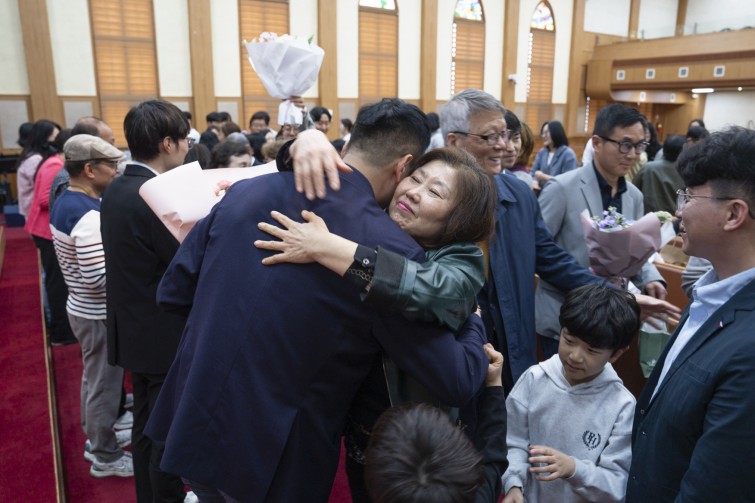 YTo1ODp7czo4OiJGaWxlTmFtZSI7czo0MDoiZWExZDA0NjItZTcwNC00NjNiLWI3Y2MtNjA3ODE4NjhhMTkyLmpwZyI7czoxMjoiRmlsZURhdGVUaW1lIjtpOjE3NDUxMDc0ODE7czo4OiJGaWxlU2l6ZSI7aToxMzE2OTU2O3M6ODoiRmlsZVR5cGUiO2k6MjtzOjg6Ik1pbWVUeXBlIjtzOjEwOiJpbWFnZS9qcGVnIjtzOjEzOiJTZWN0aW9uc0ZvdW5kIjtzOjMwOiJBTllfVEFHLCBJRkQwLCBUSFVNQk5BSUwsIEVYSUYiO3M6ODoiQ09NUFVURUQiO2E6OTp7czo0OiJodG1sIjtzOjI2OiJ3aWR0aD0iMTc1MiIgaGVpZ2h0PSIxMTY4IiI7czo2OiJIZWlnaHQiO2k6MTE2ODtzOjU6IldpZHRoIjtpOjE3NTI7czo3OiJJc0NvbG9yIjtpOjE7czoxNzoiQnl0ZU9yZGVyTW90b3JvbGEiO2k6MDtzOjE1OiJBcGVydHVyZUZOdW1iZXIiO3M6NToiZi8zLjUiO3M6OToiQ29weXJpZ2h0IjtzOjQ6IllBQkMiO3M6MTg6IlRodW1ibmFpbC5GaWxlVHlwZSI7aToyO3M6MTg6IlRodW1ibmFpbC5NaW1lVHlwZSI7czoxMDoiaW1hZ2UvanBlZyI7fXM6NDoiTWFrZSI7czo0OiJTT05ZIjtzOjU6Ik1vZGVsIjtzOjg6IklMQ0UtN000IjtzOjExOiJYUmVzb2x1dGlvbiI7czo1OiIyNDAvMSI7czoxMToiWVJlc29sdXRpb24iO3M6NToiMjQwLzEiO3M6MTQ6IlJlc29sdXRpb25Vbml0IjtpOjI7czo4OiJTb2Z0d2FyZSI7czo1MDoiQWRvYmUgUGhvdG9zaG9wIExpZ2h0cm9vbSBDbGFzc2ljIDE0LjIgKE1hY2ludG9zaCkiO3M6ODoiRGF0ZVRpbWUiO3M6MTk6IjIwMjU6MDQ6MTkgMjE6NTc6NDgiO3M6NjoiQXJ0aXN0IjtzOjc6IllBQkNfU0ciO3M6OToiQ29weXJpZ2h0IjtzOjQ6IllBQkMiO3M6MTY6IkV4aWZfSUZEX1BvaW50ZXIiO2k6MjUyO3M6OToiVEhVTUJOQUlMIjthOjY6e3M6MTE6IkNvbXByZXNzaW9uIjtpOjY7czoxMToiWFJlc29sdXRpb24iO3M6NDoiNzIvMSI7czoxMToiWVJlc29sdXRpb24iO3M6NDoiNzIvMSI7czoxNDoiUmVzb2x1dGlvblVuaXQiO2k6MjtzOjIxOiJKUEVHSW50ZXJjaGFuZ2VGb3JtYXQiO2k6MTAzODtzOjI3OiJKUEVHSW50ZXJjaGFuZ2VGb3JtYXRMZW5ndGgiO2k6MTczMjU7fXM6MTI6IkV4cG9zdXJlVGltZSI7czo0OiIxLzYwIjtzOjc6IkZOdW1iZXIiO3M6NToiMzUvMTAiO3M6MTU6IkV4cG9zdXJlUHJvZ3JhbSI7aToxO3M6MTU6IklTT1NwZWVkUmF0aW5ncyI7aToyNTA7czoxOToiVW5kZWZpbmVkVGFnOjB4ODgzMCI7aToyO3M6MTk6IlVuZGVmaW5lZFRhZzoweDg4MzIiO2k6MjUwO3M6MTE6IkV4aWZWZXJzaW9uIjtzOjQ6IjAyMzIiO3M6MTY6IkRhdGVUaW1lT3JpZ2luYWwiO3M6MTk6IjIwMjU6MDQ6MTkgMTU6MTc6MzMiO3M6MTc6IkRhdGVUaW1lRGlnaXRpemVkIjtzOjE5OiIyMDI1OjA0OjE5IDE1OjE3OjMzIjtzOjE5OiJVbmRlZmluZWRUYWc6MHg5MDEwIjtzOjY6IiswOTowMCI7czoxOToiVW5kZWZpbmVkVGFnOjB4OTAxMSI7czo2OiIrMDk6MDAiO3M6MTk6IlVuZGVmaW5lZFRhZzoweDkwMTIiO3M6NjoiKzA5OjAwIjtzOjE3OiJTaHV0dGVyU3BlZWRWYWx1ZSI7czoxNToiNTkwNjg5MS8xMDAwMDAwIjtzOjEzOiJBcGVydHVyZVZhbHVlIjtzOjEzOiIzNjE0NzEvMTAwMDAwIjtzOjE1OiJCcmlnaHRuZXNzVmFsdWUiO3M6OToiMjIxNC8yNTYwIjtzOjE3OiJFeHBvc3VyZUJpYXNWYWx1ZSI7czo0OiIwLzEwIjtzOjE2OiJNYXhBcGVydHVyZVZhbHVlIjtzOjc6Ijc2MC8yNTYiO3M6MTI6Ik1ldGVyaW5nTW9kZSI7aTo1O3M6MTE6IkxpZ2h0U291cmNlIjtpOjA7czo1OiJGbGFzaCI7aToxMztzOjExOiJGb2NhbExlbmd0aCI7czo2OiIyNDAvMTAiO3M6MTg6IlN1YlNlY1RpbWVPcmlnaW5hbCI7czozOiI0MjEiO3M6MTk6IlN1YlNlY1RpbWVEaWdpdGl6ZWQiO3M6MzoiNDIxIjtzOjEwOiJDb2xvclNwYWNlIjtpOjY1NTM1O3M6MjE6IkZvY2FsUGxhbmVYUmVzb2x1dGlvbiI7czoxNDoiNjQ0NDkzMzkvMzI3NjgiO3M6MjE6IkZvY2FsUGxhbmVZUmVzb2x1dGlvbiI7czoxNDoiNjQ0NDkzMzkvMzI3NjgiO3M6MjQ6IkZvY2FsUGxhbmVSZXNvbHV0aW9uVW5pdCI7aTozO3M6MTA6IkZpbGVTb3VyY2UiO3M6MToiAyI7czo5OiJTY2VuZVR5cGUiO3M6MToiASI7czoxNDoiQ3VzdG9tUmVuZGVyZWQiO2k6MDtzOjEyOiJFeHBvc3VyZU1vZGUiO2k6MTtzOjEyOiJXaGl0ZUJhbGFuY2UiO2k6MDtzOjE2OiJEaWdpdGFsWm9vbVJhdGlvIjtzOjU6IjE2LzE2IjtzOjIxOiJGb2NhbExlbmd0aEluMzVtbUZpbG0iO2k6MjQ7czoxNjoiU2NlbmVDYXB0dXJlVHlwZSI7aTowO3M6ODoiQ29udHJhc3QiO2k6MDtzOjEwOiJTYXR1cmF0aW9uIjtpOjA7czo5OiJTaGFycG5lc3MiO2k6MDtzOjE5OiJVbmRlZmluZWRUYWc6MHhBNDMyIjthOjQ6e2k6MDtzOjY6IjI0MC8xMCI7aToxO3M6NjoiNzAwLzEwIjtpOjI7czo1OiIyOC8xMCI7aTozO3M6NToiMjgvMTAiO31zOjE5OiJVbmRlZmluZWRUYWc6MHhBNDM0IjtzOjIxOiJGRSAyNC03MG1tIEYyLjggR00gSUkiO30=