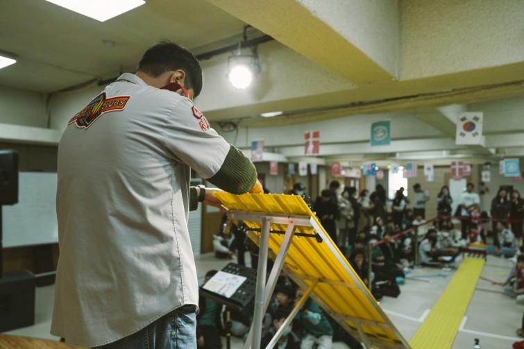 YTo1ODp7czo4OiJGaWxlTmFtZSI7czo0MDoiZWEyMzA5ZDctZTQ1NS00YjA0LWFkMTItZjIxYmM5Yjk0ZWMxLmpwZyI7czoxMjoiRmlsZURhdGVUaW1lIjtpOjE3NjUwNzg5NDc7czo4OiJGaWxlU2l6ZSI7aToxMzE2MzU2O3M6ODoiRmlsZVR5cGUiO2k6MjtzOjg6Ik1pbWVUeXBlIjtzOjEwOiJpbWFnZS9qcGVnIjtzOjEzOiJTZWN0aW9uc0ZvdW5kIjtzOjMwOiJBTllfVEFHLCBJRkQwLCBUSFVNQk5BSUwsIEVYSUYiO3M6ODoiQ09NUFVURUQiO2E6OTp7czo0OiJodG1sIjtzOjI2OiJ3aWR0aD0iMTc1MiIgaGVpZ2h0PSIxMTY4IiI7czo2OiJIZWlnaHQiO2k6MTE2ODtzOjU6IldpZHRoIjtpOjE3NTI7czo3OiJJc0NvbG9yIjtpOjE7czoxNzoiQnl0ZU9yZGVyTW90b3JvbGEiO2k6MDtzOjE1OiJBcGVydHVyZUZOdW1iZXIiO3M6NToiZi8yLjgiO3M6OToiQ29weXJpZ2h0IjtzOjQ6IllBQkMiO3M6MTg6IlRodW1ibmFpbC5GaWxlVHlwZSI7aToyO3M6MTg6IlRodW1ibmFpbC5NaW1lVHlwZSI7czoxMDoiaW1hZ2UvanBlZyI7fXM6NDoiTWFrZSI7czo0OiJTT05ZIjtzOjU6Ik1vZGVsIjtzOjg6IklMQ0UtN000IjtzOjExOiJYUmVzb2x1dGlvbiI7czo1OiIyNDAvMSI7czoxMToiWVJlc29sdXRpb24iO3M6NToiMjQwLzEiO3M6MTQ6IlJlc29sdXRpb25Vbml0IjtpOjI7czo4OiJTb2Z0d2FyZSI7czo1MjoiQWRvYmUgUGhvdG9zaG9wIExpZ2h0cm9vbSBDbGFzc2ljIDE1LjAuMSAoTWFjaW50b3NoKSI7czo4OiJEYXRlVGltZSI7czoxOToiMjAyNToxMjowNyAxMjozNjo0MyI7czo2OiJBcnRpc3QiO3M6NzoiWUFCQ19TRyI7czo5OiJDb3B5cmlnaHQiO3M6NDoiWUFCQyI7czoxNjoiRXhpZl9JRkRfUG9pbnRlciI7aToyNTQ7czo5OiJUSFVNQk5BSUwiO2E6Njp7czoxMToiQ29tcHJlc3Npb24iO2k6NjtzOjExOiJYUmVzb2x1dGlvbiI7czo0OiI3Mi8xIjtzOjExOiJZUmVzb2x1dGlvbiI7czo0OiI3Mi8xIjtzOjE0OiJSZXNvbHV0aW9uVW5pdCI7aToyO3M6MjE6IkpQRUdJbnRlcmNoYW5nZUZvcm1hdCI7aToxMDQwO3M6Mjc6IkpQRUdJbnRlcmNoYW5nZUZvcm1hdExlbmd0aCI7aToxNjEwODt9czoxMjoiRXhwb3N1cmVUaW1lIjtzOjU6IjEvMjUwIjtzOjc6IkZOdW1iZXIiO3M6NToiMjgvMTAiO3M6MTU6IkV4cG9zdXJlUHJvZ3JhbSI7aToxO3M6MTU6IklTT1NwZWVkUmF0aW5ncyI7aTozMjA7czoxOToiVW5kZWZpbmVkVGFnOjB4ODgzMCI7aToyO3M6MTk6IlVuZGVmaW5lZFRhZzoweDg4MzIiO2k6MzIwO3M6MTE6IkV4aWZWZXJzaW9uIjtzOjQ6IjAyMzIiO3M6MTY6IkRhdGVUaW1lT3JpZ2luYWwiO3M6MTk6IjIwMjU6MTI6MDYgMTA6Mjg6MDUiO3M6MTc6IkRhdGVUaW1lRGlnaXRpemVkIjtzOjE5OiIyMDI1OjEyOjA2IDEwOjI4OjA1IjtzOjE5OiJVbmRlZmluZWRUYWc6MHg5MDEwIjtzOjY6IiswOTowMCI7czoxOToiVW5kZWZpbmVkVGFnOjB4OTAxMSI7czo2OiIrMDk6MDAiO3M6MTk6IlVuZGVmaW5lZFRhZzoweDkwMTIiO3M6NjoiKzA5OjAwIjtzOjE3OiJTaHV0dGVyU3BlZWRWYWx1ZSI7czoxNToiNzk2NTc4NC8xMDAwMDAwIjtzOjEzOiJBcGVydHVyZVZhbHVlIjtzOjE1OiIyOTcwODU0LzEwMDAwMDAiO3M6MTU6IkJyaWdodG5lc3NWYWx1ZSI7czo5OiI5NDI0LzI1NjAiO3M6MTc6IkV4cG9zdXJlQmlhc1ZhbHVlIjtzOjQ6IjAvMTAiO3M6MTY6Ik1heEFwZXJ0dXJlVmFsdWUiO3M6NzoiNzYwLzI1NiI7czoxMjoiTWV0ZXJpbmdNb2RlIjtpOjU7czoxMToiTGlnaHRTb3VyY2UiO2k6MDtzOjU6IkZsYXNoIjtpOjE1O3M6MTE6IkZvY2FsTGVuZ3RoIjtzOjY6IjI0MC8xMCI7czoxODoiU3ViU2VjVGltZU9yaWdpbmFsIjtzOjM6IjY2MSI7czoxOToiU3ViU2VjVGltZURpZ2l0aXplZCI7czozOiI2NjEiO3M6MTA6IkNvbG9yU3BhY2UiO2k6NjU1MzU7czoyMToiRm9jYWxQbGFuZVhSZXNvbHV0aW9uIjtzOjE0OiI2NDQ0OTMzOS8zMjc2OCI7czoyMToiRm9jYWxQbGFuZVlSZXNvbHV0aW9uIjtzOjE0OiI2NDQ0OTMzOS8zMjc2OCI7czoyNDoiRm9jYWxQbGFuZVJlc29sdXRpb25Vbml0IjtpOjM7czoxMDoiRmlsZVNvdXJjZSI7czoxOiIDIjtzOjk6IlNjZW5lVHlwZSI7czoxOiIBIjtzOjE0OiJDdXN0b21SZW5kZXJlZCI7aTowO3M6MTI6IkV4cG9zdXJlTW9kZSI7aToxO3M6MTI6IldoaXRlQmFsYW5jZSI7aToxO3M6MTY6IkRpZ2l0YWxab29tUmF0aW8iO3M6NToiMTYvMTYiO3M6MjE6IkZvY2FsTGVuZ3RoSW4zNW1tRmlsbSI7aToyNDtzOjE2OiJTY2VuZUNhcHR1cmVUeXBlIjtpOjA7czo4OiJDb250cmFzdCI7aTowO3M6MTA6IlNhdHVyYXRpb24iO2k6MDtzOjk6IlNoYXJwbmVzcyI7aTowO3M6MTk6IlVuZGVmaW5lZFRhZzoweEE0MzIiO2E6NDp7aTowO3M6NjoiMjQwLzEwIjtpOjE7czo2OiI3MDAvMTAiO2k6MjtzOjU6IjI4LzEwIjtpOjM7czo1OiIyOC8xMCI7fXM6MTk6IlVuZGVmaW5lZFRhZzoweEE0MzQiO3M6MjE6IkZFIDI0LTcwbW0gRjIuOCBHTSBJSSI7fQ==