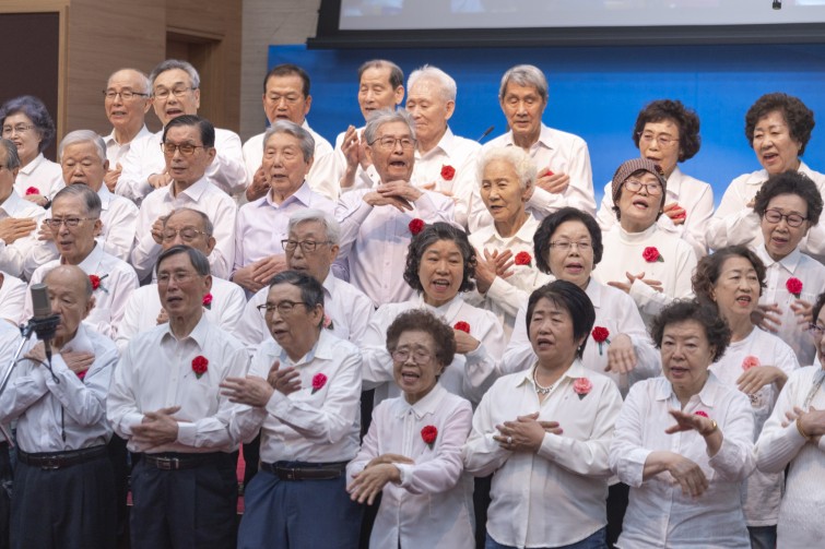 YTo1ODp7czo4OiJGaWxlTmFtZSI7czo0MDoiZWVjMGQ5NTMtZjkwMC00MWZjLTg5NDMtMzVlYzllOWQ5NmQxLmpwZyI7czoxMjoiRmlsZURhdGVUaW1lIjtpOjE3NDcwOTY4Mjg7czo4OiJGaWxlU2l6ZSI7aToxNDU4ODE4O3M6ODoiRmlsZVR5cGUiO2k6MjtzOjg6Ik1pbWVUeXBlIjtzOjEwOiJpbWFnZS9qcGVnIjtzOjEzOiJTZWN0aW9uc0ZvdW5kIjtzOjMwOiJBTllfVEFHLCBJRkQwLCBUSFVNQk5BSUwsIEVYSUYiO3M6ODoiQ09NUFVURUQiO2E6OTp7czo0OiJodG1sIjtzOjI2OiJ3aWR0aD0iMTc1MiIgaGVpZ2h0PSIxMTY4IiI7czo2OiJIZWlnaHQiO2k6MTE2ODtzOjU6IldpZHRoIjtpOjE3NTI7czo3OiJJc0NvbG9yIjtpOjE7czoxNzoiQnl0ZU9yZGVyTW90b3JvbGEiO2k6MDtzOjE1OiJBcGVydHVyZUZOdW1iZXIiO3M6NToiZi80LjAiO3M6OToiQ29weXJpZ2h0IjtzOjQ6IllBQkMiO3M6MTg6IlRodW1ibmFpbC5GaWxlVHlwZSI7aToyO3M6MTg6IlRodW1ibmFpbC5NaW1lVHlwZSI7czoxMDoiaW1hZ2UvanBlZyI7fXM6NDoiTWFrZSI7czo0OiJTT05ZIjtzOjU6Ik1vZGVsIjtzOjg6IklMQ0UtN000IjtzOjExOiJYUmVzb2x1dGlvbiI7czo1OiIyNDAvMSI7czoxMToiWVJlc29sdXRpb24iO3M6NToiMjQwLzEiO3M6MTQ6IlJlc29sdXRpb25Vbml0IjtpOjI7czo4OiJTb2Z0d2FyZSI7czo1MjoiQWRvYmUgUGhvdG9zaG9wIExpZ2h0cm9vbSBDbGFzc2ljIDE0LjMuMSAoTWFjaW50b3NoKSI7czo4OiJEYXRlVGltZSI7czoxOToiMjAyNTowNToxMSAyMToyMjo0NCI7czo2OiJBcnRpc3QiO3M6NzoiWUFCQ19TRyI7czo5OiJDb3B5cmlnaHQiO3M6NDoiWUFCQyI7czoxNjoiRXhpZl9JRkRfUG9pbnRlciI7aToyNTQ7czo5OiJUSFVNQk5BSUwiO2E6Njp7czoxMToiQ29tcHJlc3Npb24iO2k6NjtzOjExOiJYUmVzb2x1dGlvbiI7czo0OiI3Mi8xIjtzOjExOiJZUmVzb2x1dGlvbiI7czo0OiI3Mi8xIjtzOjE0OiJSZXNvbHV0aW9uVW5pdCI7aToyO3M6MjE6IkpQRUdJbnRlcmNoYW5nZUZvcm1hdCI7aToxMDQwO3M6Mjc6IkpQRUdJbnRlcmNoYW5nZUZvcm1hdExlbmd0aCI7aToxOTYwODt9czoxMjoiRXhwb3N1cmVUaW1lIjtzOjU6IjEvMTYwIjtzOjc6IkZOdW1iZXIiO3M6MzoiNC8xIjtzOjE1OiJFeHBvc3VyZVByb2dyYW0iO2k6MTtzOjE1OiJJU09TcGVlZFJhdGluZ3MiO2k6NTAwO3M6MTk6IlVuZGVmaW5lZFRhZzoweDg4MzAiO2k6MjtzOjE5OiJVbmRlZmluZWRUYWc6MHg4ODMyIjtpOjUwMDtzOjExOiJFeGlmVmVyc2lvbiI7czo0OiIwMjMyIjtzOjE2OiJEYXRlVGltZU9yaWdpbmFsIjtzOjE5OiIyMDI1OjA1OjExIDExOjQ1OjIzIjtzOjE3OiJEYXRlVGltZURpZ2l0aXplZCI7czoxOToiMjAyNTowNToxMSAxMTo0NToyMyI7czoxOToiVW5kZWZpbmVkVGFnOjB4OTAxMCI7czo2OiIrMDk6MDAiO3M6MTk6IlVuZGVmaW5lZFRhZzoweDkwMTEiO3M6NjoiKzA5OjAwIjtzOjE5OiJVbmRlZmluZWRUYWc6MHg5MDEyIjtzOjY6IiswOTowMCI7czoxNzoiU2h1dHRlclNwZWVkVmFsdWUiO3M6MTU6IjczMjE5MjgvMTAwMDAwMCI7czoxMzoiQXBlcnR1cmVWYWx1ZSI7czozOiI0LzEiO3M6MTU6IkJyaWdodG5lc3NWYWx1ZSI7czo5OiI2NTk0LzI1NjAiO3M6MTc6IkV4cG9zdXJlQmlhc1ZhbHVlIjtzOjQ6IjAvMTAiO3M6MTY6Ik1heEFwZXJ0dXJlVmFsdWUiO3M6ODoiMTAyNC8yNTYiO3M6MTI6Ik1ldGVyaW5nTW9kZSI7aTo1O3M6MTE6IkxpZ2h0U291cmNlIjtpOjA7czo1OiJGbGFzaCI7aToxNjtzOjExOiJGb2NhbExlbmd0aCI7czo3OiIxMDIwLzEwIjtzOjE4OiJTdWJTZWNUaW1lT3JpZ2luYWwiO3M6MzoiNDQ1IjtzOjE5OiJTdWJTZWNUaW1lRGlnaXRpemVkIjtzOjM6IjQ0NSI7czoxMDoiQ29sb3JTcGFjZSI7aTo2NTUzNTtzOjIxOiJGb2NhbFBsYW5lWFJlc29sdXRpb24iO3M6MTQ6IjY0NDQ5MzM5LzMyNzY4IjtzOjIxOiJGb2NhbFBsYW5lWVJlc29sdXRpb24iO3M6MTQ6IjY0NDQ5MzM5LzMyNzY4IjtzOjI0OiJGb2NhbFBsYW5lUmVzb2x1dGlvblVuaXQiO2k6MztzOjEwOiJGaWxlU291cmNlIjtzOjE6IgMiO3M6OToiU2NlbmVUeXBlIjtzOjE6IgEiO3M6MTQ6IkN1c3RvbVJlbmRlcmVkIjtpOjA7czoxMjoiRXhwb3N1cmVNb2RlIjtpOjE7czoxMjoiV2hpdGVCYWxhbmNlIjtpOjA7czoxNjoiRGlnaXRhbFpvb21SYXRpbyI7czo1OiIxNi8xNiI7czoyMToiRm9jYWxMZW5ndGhJbjM1bW1GaWxtIjtpOjEwMjtzOjE2OiJTY2VuZUNhcHR1cmVUeXBlIjtpOjA7czo4OiJDb250cmFzdCI7aTowO3M6MTA6IlNhdHVyYXRpb24iO2k6MDtzOjk6IlNoYXJwbmVzcyI7aTowO3M6MTk6IlVuZGVmaW5lZFRhZzoweEE0MzIiO2E6NDp7aTowO3M6NjoiNzAwLzEwIjtpOjE7czo3OiIyMDAwLzEwIjtpOjI7czo1OiI0MC8xMCI7aTozO3M6NToiNDAvMTAiO31zOjE5OiJVbmRlZmluZWRUYWc6MHhBNDM0IjtzOjIwOiJGRSA3MC0yMDBtbSBGNCBHIE9TUyI7fQ==