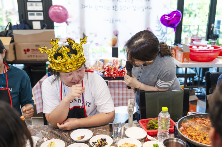 YTo1ODp7czo4OiJGaWxlTmFtZSI7czo0MDoiZjE3OWYxYjAtY2I2Zi00NDI1LWIwNDAtODI3YzZiZTdmODBiLmpwZyI7czoxMjoiRmlsZURhdGVUaW1lIjtpOjE3NTcyMjM3MTE7czo4OiJGaWxlU2l6ZSI7aToxNTg5NjgwO3M6ODoiRmlsZVR5cGUiO2k6MjtzOjg6Ik1pbWVUeXBlIjtzOjEwOiJpbWFnZS9qcGVnIjtzOjEzOiJTZWN0aW9uc0ZvdW5kIjtzOjMwOiJBTllfVEFHLCBJRkQwLCBUSFVNQk5BSUwsIEVYSUYiO3M6ODoiQ09NUFVURUQiO2E6OTp7czo0OiJodG1sIjtzOjI2OiJ3aWR0aD0iMTc1MiIgaGVpZ2h0PSIxMTY4IiI7czo2OiJIZWlnaHQiO2k6MTE2ODtzOjU6IldpZHRoIjtpOjE3NTI7czo3OiJJc0NvbG9yIjtpOjE7czoxNzoiQnl0ZU9yZGVyTW90b3JvbGEiO2k6MDtzOjE1OiJBcGVydHVyZUZOdW1iZXIiO3M6NToiZi8yLjgiO3M6OToiQ29weXJpZ2h0IjtzOjQ6IllBQkMiO3M6MTg6IlRodW1ibmFpbC5GaWxlVHlwZSI7aToyO3M6MTg6IlRodW1ibmFpbC5NaW1lVHlwZSI7czoxMDoiaW1hZ2UvanBlZyI7fXM6NDoiTWFrZSI7czo0OiJTT05ZIjtzOjU6Ik1vZGVsIjtzOjg6IklMQ0UtN000IjtzOjExOiJYUmVzb2x1dGlvbiI7czo1OiIyNDAvMSI7czoxMToiWVJlc29sdXRpb24iO3M6NToiMjQwLzEiO3M6MTQ6IlJlc29sdXRpb25Vbml0IjtpOjI7czo4OiJTb2Z0d2FyZSI7czo1MjoiQWRvYmUgUGhvdG9zaG9wIExpZ2h0cm9vbSBDbGFzc2ljIDE0LjUuMSAoTWFjaW50b3NoKSI7czo4OiJEYXRlVGltZSI7czoxOToiMjAyNTowOTowNyAxNDo0MDowNCI7czo2OiJBcnRpc3QiO3M6NzoiWUFCQ19TRyI7czo5OiJDb3B5cmlnaHQiO3M6NDoiWUFCQyI7czoxNjoiRXhpZl9JRkRfUG9pbnRlciI7aToyNTQ7czo5OiJUSFVNQk5BSUwiO2E6Njp7czoxMToiQ29tcHJlc3Npb24iO2k6NjtzOjExOiJYUmVzb2x1dGlvbiI7czo0OiI3Mi8xIjtzOjExOiJZUmVzb2x1dGlvbiI7czo0OiI3Mi8xIjtzOjE0OiJSZXNvbHV0aW9uVW5pdCI7aToyO3M6MjE6IkpQRUdJbnRlcmNoYW5nZUZvcm1hdCI7aToxMDQwO3M6Mjc6IkpQRUdJbnRlcmNoYW5nZUZvcm1hdExlbmd0aCI7aToyMjQzNzt9czoxMjoiRXhwb3N1cmVUaW1lIjtzOjU6IjEvMjUwIjtzOjc6IkZOdW1iZXIiO3M6NToiMjgvMTAiO3M6MTU6IkV4cG9zdXJlUHJvZ3JhbSI7aToxO3M6MTU6IklTT1NwZWVkUmF0aW5ncyI7aTo2NDA7czoxOToiVW5kZWZpbmVkVGFnOjB4ODgzMCI7aToyO3M6MTk6IlVuZGVmaW5lZFRhZzoweDg4MzIiO2k6NjQwO3M6MTE6IkV4aWZWZXJzaW9uIjtzOjQ6IjAyMzIiO3M6MTY6IkRhdGVUaW1lT3JpZ2luYWwiO3M6MTk6IjIwMjU6MDk6MDYgMTY6Mzk6NTUiO3M6MTc6IkRhdGVUaW1lRGlnaXRpemVkIjtzOjE5OiIyMDI1OjA5OjA2IDE2OjM5OjU1IjtzOjE5OiJVbmRlZmluZWRUYWc6MHg5MDEwIjtzOjY6IiswOTowMCI7czoxOToiVW5kZWZpbmVkVGFnOjB4OTAxMSI7czo2OiIrMDk6MDAiO3M6MTk6IlVuZGVmaW5lZFRhZzoweDkwMTIiO3M6NjoiKzA5OjAwIjtzOjE3OiJTaHV0dGVyU3BlZWRWYWx1ZSI7czoxNToiNzk2NTc4NC8xMDAwMDAwIjtzOjEzOiJBcGVydHVyZVZhbHVlIjtzOjE1OiIyOTcwODU0LzEwMDAwMDAiO3M6MTU6IkJyaWdodG5lc3NWYWx1ZSI7czo5OiI3NTM0LzI1NjAiO3M6MTc6IkV4cG9zdXJlQmlhc1ZhbHVlIjtzOjQ6IjAvMTAiO3M6MTY6Ik1heEFwZXJ0dXJlVmFsdWUiO3M6NzoiNzYwLzI1NiI7czoxMjoiTWV0ZXJpbmdNb2RlIjtpOjU7czoxMToiTGlnaHRTb3VyY2UiO2k6MDtzOjU6IkZsYXNoIjtpOjEzO3M6MTE6IkZvY2FsTGVuZ3RoIjtzOjY6IjM3MC8xMCI7czoxODoiU3ViU2VjVGltZU9yaWdpbmFsIjtzOjM6IjY4OCI7czoxOToiU3ViU2VjVGltZURpZ2l0aXplZCI7czozOiI2ODgiO3M6MTA6IkNvbG9yU3BhY2UiO2k6NjU1MzU7czoyMToiRm9jYWxQbGFuZVhSZXNvbHV0aW9uIjtzOjE0OiI2NDQ0OTMzOS8zMjc2OCI7czoyMToiRm9jYWxQbGFuZVlSZXNvbHV0aW9uIjtzOjE0OiI2NDQ0OTMzOS8zMjc2OCI7czoyNDoiRm9jYWxQbGFuZVJlc29sdXRpb25Vbml0IjtpOjM7czoxMDoiRmlsZVNvdXJjZSI7czoxOiIDIjtzOjk6IlNjZW5lVHlwZSI7czoxOiIBIjtzOjE0OiJDdXN0b21SZW5kZXJlZCI7aTowO3M6MTI6IkV4cG9zdXJlTW9kZSI7aToxO3M6MTI6IldoaXRlQmFsYW5jZSI7aToxO3M6MTY6IkRpZ2l0YWxab29tUmF0aW8iO3M6NToiMTYvMTYiO3M6MjE6IkZvY2FsTGVuZ3RoSW4zNW1tRmlsbSI7aTozNztzOjE2OiJTY2VuZUNhcHR1cmVUeXBlIjtpOjA7czo4OiJDb250cmFzdCI7aTowO3M6MTA6IlNhdHVyYXRpb24iO2k6MDtzOjk6IlNoYXJwbmVzcyI7aTowO3M6MTk6IlVuZGVmaW5lZFRhZzoweEE0MzIiO2E6NDp7aTowO3M6NjoiMjQwLzEwIjtpOjE7czo2OiI3MDAvMTAiO2k6MjtzOjU6IjI4LzEwIjtpOjM7czo1OiIyOC8xMCI7fXM6MTk6IlVuZGVmaW5lZFRhZzoweEE0MzQiO3M6MjE6IkZFIDI0LTcwbW0gRjIuOCBHTSBJSSI7fQ==