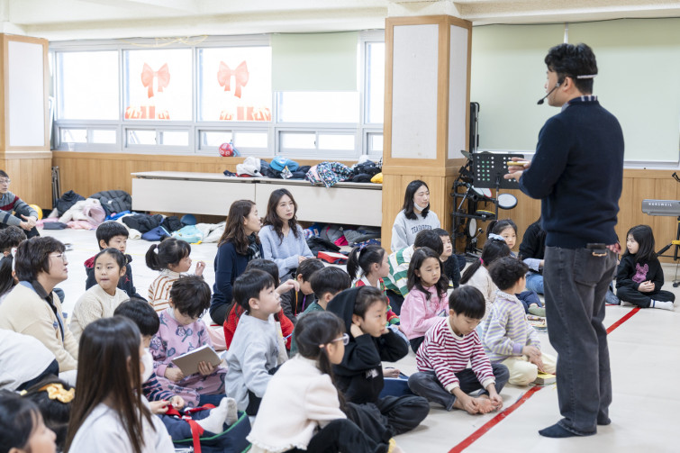 YTo1ODp7czo4OiJGaWxlTmFtZSI7czo0MDoiZmI3NzcwOGMtMDJkMS00NWNkLTg1ZDUtMTBjZTE0ZTE1YTkyLmpwZyI7czoxMjoiRmlsZURhdGVUaW1lIjtpOjE3Njc2NjY1ODY7czo4OiJGaWxlU2l6ZSI7aToxMjEwNDM3O3M6ODoiRmlsZVR5cGUiO2k6MjtzOjg6Ik1pbWVUeXBlIjtzOjEwOiJpbWFnZS9qcGVnIjtzOjEzOiJTZWN0aW9uc0ZvdW5kIjtzOjMwOiJBTllfVEFHLCBJRkQwLCBUSFVNQk5BSUwsIEVYSUYiO3M6ODoiQ09NUFVURUQiO2E6OTp7czo0OiJodG1sIjtzOjI2OiJ3aWR0aD0iMTY1NSIgaGVpZ2h0PSIxMTAzIiI7czo2OiJIZWlnaHQiO2k6MTEwMztzOjU6IldpZHRoIjtpOjE2NTU7czo3OiJJc0NvbG9yIjtpOjE7czoxNzoiQnl0ZU9yZGVyTW90b3JvbGEiO2k6MDtzOjE1OiJBcGVydHVyZUZOdW1iZXIiO3M6NToiZi8yLjgiO3M6OToiQ29weXJpZ2h0IjtzOjQ6IllBQkMiO3M6MTg6IlRodW1ibmFpbC5GaWxlVHlwZSI7aToyO3M6MTg6IlRodW1ibmFpbC5NaW1lVHlwZSI7czoxMDoiaW1hZ2UvanBlZyI7fXM6NDoiTWFrZSI7czo0OiJTT05ZIjtzOjU6Ik1vZGVsIjtzOjg6IklMQ0UtN000IjtzOjExOiJYUmVzb2x1dGlvbiI7czo1OiIyNDAvMSI7czoxMToiWVJlc29sdXRpb24iO3M6NToiMjQwLzEiO3M6MTQ6IlJlc29sdXRpb25Vbml0IjtpOjI7czo4OiJTb2Z0d2FyZSI7czo1MDoiQWRvYmUgUGhvdG9zaG9wIExpZ2h0cm9vbSBDbGFzc2ljIDE1LjEgKE1hY2ludG9zaCkiO3M6ODoiRGF0ZVRpbWUiO3M6MTk6IjIwMjY6MDE6MDYgMTE6MjY6MjkiO3M6NjoiQXJ0aXN0IjtzOjc6IllBQkNfU0ciO3M6OToiQ29weXJpZ2h0IjtzOjQ6IllBQkMiO3M6MTY6IkV4aWZfSUZEX1BvaW50ZXIiO2k6MjUyO3M6OToiVEhVTUJOQUlMIjthOjY6e3M6MTE6IkNvbXByZXNzaW9uIjtpOjY7czoxMToiWFJlc29sdXRpb24iO3M6NDoiNzIvMSI7czoxMToiWVJlc29sdXRpb24iO3M6NDoiNzIvMSI7czoxNDoiUmVzb2x1dGlvblVuaXQiO2k6MjtzOjIxOiJKUEVHSW50ZXJjaGFuZ2VGb3JtYXQiO2k6MTAzODtzOjI3OiJKUEVHSW50ZXJjaGFuZ2VGb3JtYXRMZW5ndGgiO2k6MTkzMjM7fXM6MTI6IkV4cG9zdXJlVGltZSI7czo1OiIxLzEwMCI7czo3OiJGTnVtYmVyIjtzOjU6IjI4LzEwIjtzOjE1OiJFeHBvc3VyZVByb2dyYW0iO2k6MTtzOjE1OiJJU09TcGVlZFJhdGluZ3MiO2k6MzIwO3M6MTk6IlVuZGVmaW5lZFRhZzoweDg4MzAiO2k6MjtzOjE5OiJVbmRlZmluZWRUYWc6MHg4ODMyIjtpOjMyMDtzOjExOiJFeGlmVmVyc2lvbiI7czo0OiIwMjMyIjtzOjE2OiJEYXRlVGltZU9yaWdpbmFsIjtzOjE5OiIyMDI2OjAxOjA0IDExOjU4OjM4IjtzOjE3OiJEYXRlVGltZURpZ2l0aXplZCI7czoxOToiMjAyNjowMTowNCAxMTo1ODozOCI7czoxOToiVW5kZWZpbmVkVGFnOjB4OTAxMCI7czo2OiIrMDk6MDAiO3M6MTk6IlVuZGVmaW5lZFRhZzoweDkwMTEiO3M6NjoiKzA5OjAwIjtzOjE5OiJVbmRlZmluZWRUYWc6MHg5MDEyIjtzOjY6IiswOTowMCI7czoxNzoiU2h1dHRlclNwZWVkVmFsdWUiO3M6MTU6IjY2NDM4NTYvMTAwMDAwMCI7czoxMzoiQXBlcnR1cmVWYWx1ZSI7czoxNToiMjk3MDg1NC8xMDAwMDAwIjtzOjE1OiJCcmlnaHRuZXNzVmFsdWUiO3M6OToiODU0NC8yNTYwIjtzOjE3OiJFeHBvc3VyZUJpYXNWYWx1ZSI7czo0OiIwLzEwIjtzOjE2OiJNYXhBcGVydHVyZVZhbHVlIjtzOjc6Ijc2MC8yNTYiO3M6MTI6Ik1ldGVyaW5nTW9kZSI7aTo1O3M6MTE6IkxpZ2h0U291cmNlIjtpOjA7czo1OiJGbGFzaCI7aToxNjtzOjExOiJGb2NhbExlbmd0aCI7czo2OiI0ODAvMTAiO3M6MTg6IlN1YlNlY1RpbWVPcmlnaW5hbCI7czozOiIyNDMiO3M6MTk6IlN1YlNlY1RpbWVEaWdpdGl6ZWQiO3M6MzoiMjQzIjtzOjEwOiJDb2xvclNwYWNlIjtpOjY1NTM1O3M6MjE6IkZvY2FsUGxhbmVYUmVzb2x1dGlvbiI7czoxNDoiNjQ0NDkzMzkvMzI3NjgiO3M6MjE6IkZvY2FsUGxhbmVZUmVzb2x1dGlvbiI7czoxNDoiNjQ0NDkzMzkvMzI3NjgiO3M6MjQ6IkZvY2FsUGxhbmVSZXNvbHV0aW9uVW5pdCI7aTozO3M6MTA6IkZpbGVTb3VyY2UiO3M6MToiAyI7czo5OiJTY2VuZVR5cGUiO3M6MToiASI7czoxNDoiQ3VzdG9tUmVuZGVyZWQiO2k6MDtzOjEyOiJFeHBvc3VyZU1vZGUiO2k6MTtzOjEyOiJXaGl0ZUJhbGFuY2UiO2k6MDtzOjE2OiJEaWdpdGFsWm9vbVJhdGlvIjtzOjU6IjE2LzE2IjtzOjIxOiJGb2NhbExlbmd0aEluMzVtbUZpbG0iO2k6NDg7czoxNjoiU2NlbmVDYXB0dXJlVHlwZSI7aTowO3M6ODoiQ29udHJhc3QiO2k6MDtzOjEwOiJTYXR1cmF0aW9uIjtpOjA7czo5OiJTaGFycG5lc3MiO2k6MDtzOjE5OiJVbmRlZmluZWRUYWc6MHhBNDMyIjthOjQ6e2k6MDtzOjY6IjI0MC8xMCI7aToxO3M6NjoiNzAwLzEwIjtpOjI7czo1OiIyOC8xMCI7aTozO3M6NToiMjgvMTAiO31zOjE5OiJVbmRlZmluZWRUYWc6MHhBNDM0IjtzOjIxOiJGRSAyNC03MG1tIEYyLjggR00gSUkiO30=